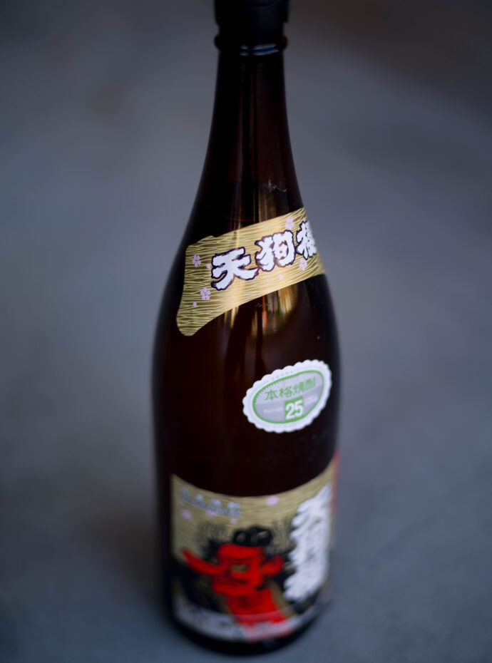 天狗櫻　TENGUSAKURA　古酒　熟成酒　テングザクラ　てんぐざくら　
花蝶木虫　はなちょうきむし　ハナチョウキムシ　紅椿　べにつばき　ベニツバキ
有限会社　白石酒造　鹿児島県いちき串木野市湊町1丁目342番地　海辺
テロワールの個性　無農薬無肥料栽培芋　シロユタカ　ススホックリ　南果
混植栽培　ジョイホワイト　ウミガメ産卵地　ウミガメ保護団体　ウミガメ公園
一次二次甕仕込み　ホーロー蒸留器　ステンレス蒸留器　木桶蒸留器　手麹　箱麹
和甕　木造建築　レトロ　伝統　継承　白市貴史　杜氏　専務　美術大学出身
株式会社富屋酒店　トミヤサケテン　とみやさけてん TOMIYA　SAKETEN　NAGOYA　愛知県名古屋市瑞穂区上坂町1-41-2 tomiya-saketen.com　特約店　特約流通　地酒　ワイン　専門店　 社長　代表　上田豊二　利き酒師　焼酎アドバイザー　シャンパーニュシュヴァリエ　おたく　マニア
