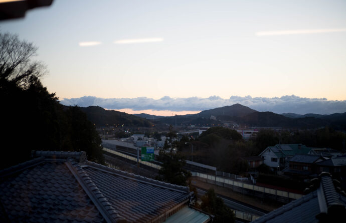 麻吉旅館　あさきちりょかん　アサキチリョカン　三重県伊勢市中之町109　生きた遊郭建築　江戸時代の歴史的大游郭建築物　伊勢お参りの精進落とし　江戸の吉原　日本五大遊郭　築240年超え　イセシ　ミエ　
　　　伊勢市　有形登録文化財　渡り廊下　懸崖造り　建築様式　古建築好き　マニア
　　　癒し　映え　最強　雰囲気　抜群　伊勢の隠れランドマーク　真のパワースポット
株式会社富屋酒店　トミヤサケテン　とみやさけてん TOMIYA　SAKETEN　NAGOYA　愛知県名古屋市瑞穂区上坂町1-41-2 tomiya-saketen.com　特約店　特約流通　地酒　ワイン　専門店　 社長　代表　上田豊二　利き酒師　焼酎アドバイザー　シャンパーニュシュヴァリエ　おたく　マニア　ライカM11　ズミルックス50　レンズ
