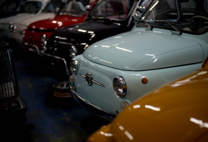 MUSEO CINQUECENTO　チンクエチェント博物館　販売　展示　フィアット500
　　　　良質なクラッシック車両を販売　BISPOKE　ビスポーク　再生　レストア　フルレストア　ＥＶチンク　名古屋の誇り　瑞穂区の誇り　全国発信　トヨペット高辻横
　　　　愛知県名古屋市瑞穂区高辻町14-10　家族や友だち　ペットのような「ストラダーレ」　STRADALE　電気自動車　「FIAT　500ｅｖ」　イタリアの芸術作品　カロッツェリア　現代の車として再生　アップデート　モダンアート　ＦＩＡＴ　500
　　　　トッポリーノ　はつかねずみ　ジョリー　アバルト　ジウジアーロ　パンダ45　141
　　　　600　エッセエッセ　ＥＳＳＥＥＳＳＥ　500Ｌ　500　695　ルパン三世　愛車　ステキ
　　　　カリオストロの城　クリームイエロー　ボディ　赤の内装　　憧れ　一生　永遠
株式会社富屋酒店　トミヤサケテン　とみやさけてん TOMIYA　SAKETEN　NAGOYA　愛知県名古屋市瑞穂区上坂町1-41-2 tomiya-saketen.com　特約店　特約流通　地酒　ワイン　専門店　 社長　代表　上田豊二　利き酒師　焼酎アドバイザー　シャンパーニュシュヴァリエ　おたく　マニア　堀田駅　熱田神宮駅
名古屋高速　堀田出口すぐ　牛巻交差点すぐ　レトロ街並み　瓦屋根
