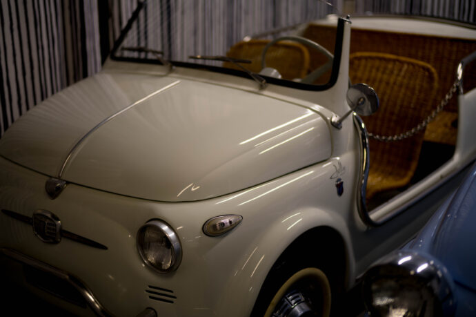 MUSEO CINQUECENTO　チンクエチェント博物館　販売　展示　フィアット500
　　　　良質なクラッシック車両を販売　BISPOKE　ビスポーク　再生　レストア　フルレストア　ＥＶチンク　名古屋の誇り　瑞穂区の誇り　全国発信　トヨペット高辻横
　　　　愛知県名古屋市瑞穂区高辻町14-10　家族や友だち　ペットのような「ストラダーレ」　STRADALE　電気自動車　「FIAT　500ｅｖ」　イタリアの芸術作品　カロッツェリア　現代の車として再生　アップデート　モダンアート　ＦＩＡＴ　500
　　　　トッポリーノ　はつかねずみ　ジョリー　アバルト　ジウジアーロ　パンダ45　141
　　　　600　エッセエッセ　ＥＳＳＥＥＳＳＥ　500Ｌ　500　695　ルパン三世　愛車　ステキ
　　　　カリオストロの城　クリームイエロー　ボディ　赤の内装　　憧れ　一生　永遠
株式会社富屋酒店　トミヤサケテン　とみやさけてん TOMIYA　SAKETEN　NAGOYA　愛知県名古屋市瑞穂区上坂町1-41-2 tomiya-saketen.com　特約店　特約流通　地酒　ワイン　専門店　 社長　代表　上田豊二　利き酒師　焼酎アドバイザー　シャンパーニュシュヴァリエ　おたく　マニア　堀田駅　熱田神宮駅
名古屋高速　堀田出口すぐ　牛巻交差点すぐ　レトロ街並み　瓦屋根
