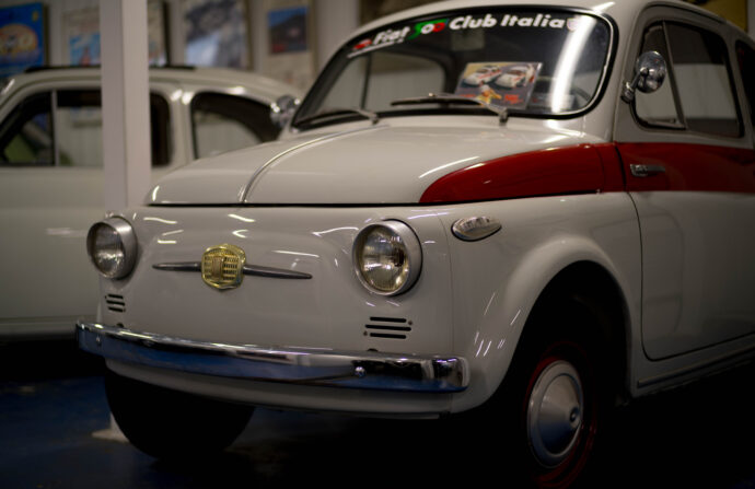 MUSEO CINQUECENTO　チンクエチェント博物館　販売　展示　フィアット500
　　　　良質なクラッシック車両を販売　BISPOKE　ビスポーク　再生　レストア　フルレストア　ＥＶチンク　名古屋の誇り　瑞穂区の誇り　全国発信　トヨペット高辻横
　　　　愛知県名古屋市瑞穂区高辻町14-10　家族や友だち　ペットのような「ストラダーレ」　STRADALE　電気自動車　「FIAT　500ｅｖ」　イタリアの芸術作品　カロッツェリア　現代の車として再生　アップデート　モダンアート　ＦＩＡＴ　500
　　　　トッポリーノ　はつかねずみ　ジョリー　アバルト　ジウジアーロ　パンダ45　141
　　　　600　エッセエッセ　ＥＳＳＥＥＳＳＥ　500Ｌ　500　695　ルパン三世　愛車　ステキ
　　　　カリオストロの城　クリームイエロー　ボディ　赤の内装　　憧れ　一生　永遠
株式会社富屋酒店　トミヤサケテン　とみやさけてん TOMIYA　SAKETEN　NAGOYA　愛知県名古屋市瑞穂区上坂町1-41-2 tomiya-saketen.com　特約店　特約流通　地酒　ワイン　専門店　 社長　代表　上田豊二　利き酒師　焼酎アドバイザー　シャンパーニュシュヴァリエ　おたく　マニア　堀田駅　熱田神宮駅
名古屋高速　堀田出口すぐ　牛巻交差点すぐ　レトロ街並み　瓦屋根
