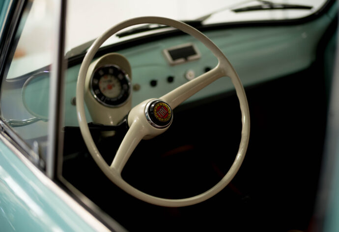 MUSEO CINQUECENTO　チンクエチェント博物館　販売　展示　フィアット500
　　　　良質なクラッシック車両を販売　BISPOKE　ビスポーク　再生　レストア　フルレストア　ＥＶチンク　名古屋の誇り　瑞穂区の誇り　全国発信　トヨペット高辻横
　　　　愛知県名古屋市瑞穂区高辻町14-10　家族や友だち　ペットのような「ストラダーレ」　STRADALE　電気自動車　「FIAT　500ｅｖ」　イタリアの芸術作品　カロッツェリア　現代の車として再生　アップデート　モダンアート　ＦＩＡＴ　500
　　　　トッポリーノ　はつかねずみ　ジョリー　アバルト　ジウジアーロ　パンダ45　141
　　　　600　エッセエッセ　ＥＳＳＥＥＳＳＥ　500Ｌ　500　695　ルパン三世　愛車　ステキ
　　　　カリオストロの城　クリームイエロー　ボディ　赤の内装　　憧れ　一生　永遠
株式会社富屋酒店　トミヤサケテン　とみやさけてん TOMIYA　SAKETEN　NAGOYA　愛知県名古屋市瑞穂区上坂町1-41-2 tomiya-saketen.com　特約店　特約流通　地酒　ワイン　専門店　 社長　代表　上田豊二　利き酒師　焼酎アドバイザー　シャンパーニュシュヴァリエ　おたく　マニア　堀田駅　熱田神宮駅
名古屋高速　堀田出口すぐ　牛巻交差点すぐ　レトロ街並み　瓦屋根
