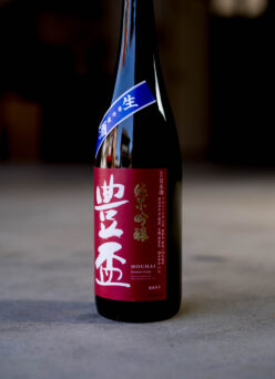 華やかな香りと澄んだキレ感のバランスが魅力。「豊盃　純米吟醸　＜華想い＞　無濾過生酒　2023　 720ｍｌサイズ」入荷。