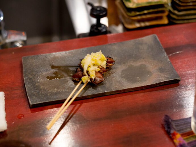 鳥つる　国際センター　焼き鳥　鶏料理　鳥料理　居酒屋　愛知県名古屋市中村区那古野1-46-15　TORITURU　トリツル　とりつる　拘り　激旨し　宝剣　常備　大将　名物
ちょうちん　炭焼き　炭火　ワイン　
宝剣　HOUKEN　ホウケン　ほうけん　純米吟醸　宝剣酒造株式会社　
広島県呉市仁方本町1-11-2　湧水仕込　髭文字　ラベル　呉　クレ　くれ　純米　
純米大吟醸　50％精米　60％精米　杜氏　社長　土井鉄也　呉の土井鉄　ドイテツ
しぼりたて生酒　無濾過　地元　八反錦　手造り　宝剣銘水　湧水　軟水　こだわり　特約店　特約流通　希少　レア　地酒　超辛口　極辛口　東条産山田錦　
白ラベル　弊社使用純米吟醸酵母を広島県が改良したものを使用しました
瓶詰め後、柔らかさと味わいを出す為に低温にて貯蔵しておりましたが、このタイミングがベストと考えご案内させていただきました　TOMIYA　LOVE
東海地区唯一　名古屋唯一　愛知唯一　看板蔵元　看板作品　激ウマ
広島を代表する蔵元　お刺身　お造り　煮つけ　冷や　ぬる燗　あつ燗　
株式会社富屋酒店　TOMIYA　SAKETEN　NAGOYA　ｶﾌﾞｼｷｶｲｼｬﾄﾐﾔｻｹﾃﾝ　
愛知県名古屋市瑞穂区上坂町1-41-2　特約店　特約流通　地酒　ワイン　専門店
代表取締役　上田豊二　おたく　マニア　ライカM11　ズミルックス50　レンズ
堀田駅　熱田神宮駅　名古屋高速　堀田出口すぐ　牛巻交差点すぐ　レトロ街並み　瓦屋根　クラッシックバイク　クラッシックカー　センス　インテリア　ファッション　セレクト　マニア　オタク　おたく　OTAKU　MANIA
