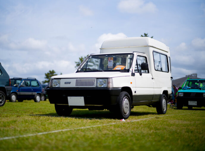 PANDARINO2023　パンダリーノ2023　FIAT　PANDA　141　フィアット　パンダ
　　　　ファンの集い　全国より集結　渚園キャンプ場　なぎさえんきゃんぷじょう　静岡県浜松市西区舞阪町弁天島5005-1　BBQガーデン　バーベキュー　2023年5月27日、28日開催　294台参加　HAMANAKO　NAGISAEN LL RADUNO PER CHI AMA FIAT PANDA　見学は自由です！パンダと一緒に休日を楽しみましょう☆
パンダ45　初期型　レア　
　　　　　株式会社富屋酒店　トミヤサケテン　とみやさけてん TOMIYA　SAKETEN　NAGOYA　愛知県名古屋市瑞穂区上坂町1-41-2 tomiya-saketen.com　特約店　特約流通　地酒　ワイン　専門店　 社長　代表　上田豊二　利き酒師　焼酎アドバイザー　シャンパーニュシュヴァリエ　おたく　マニア　堀田駅　熱田神宮駅　名古屋高速　堀田出口すぐ　牛巻交差点すぐ　レトロ街並み　瓦屋根　クラッシックバイク　クラッシックカー　インテリア　ファッション　音楽　
グルメ　センス　マニア　おたく　80S
