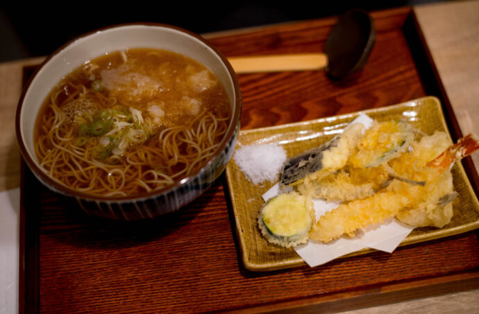 蕎麦の実　SOBANOMI　ソバノミ　そばのみ　小料理　そば　日本料理
愛知県名古屋市東区泉1-19-10 フォンターナ 1F　蕎麦割烹　蕎麦　つまみ
あて　最高のクオリティ　どれを食べても旨い　充実のつまみ　日本酒　厳選
充実　激旨し　センス抜群　スピーディ　素晴らしい　大将　女将　人柄　最高
（株）富屋酒店　愛知県名古屋市瑞穂区上坂町1-41-2　地酒屋　専門店　
おたく　マニア　ライカM11　ズミルックス50　レンズ　堀田駅　熱田神宮駅
名古屋高速　堀田出口すぐ　牛巻交差点すぐ　レトロ街並み　瓦屋根
クラッシックカー　クラッシックバイク　インテリア　ファッション　音楽
センス　クリエイト　おたく　マニア　映画　シネマ　代表取締役社長　上田豊二
