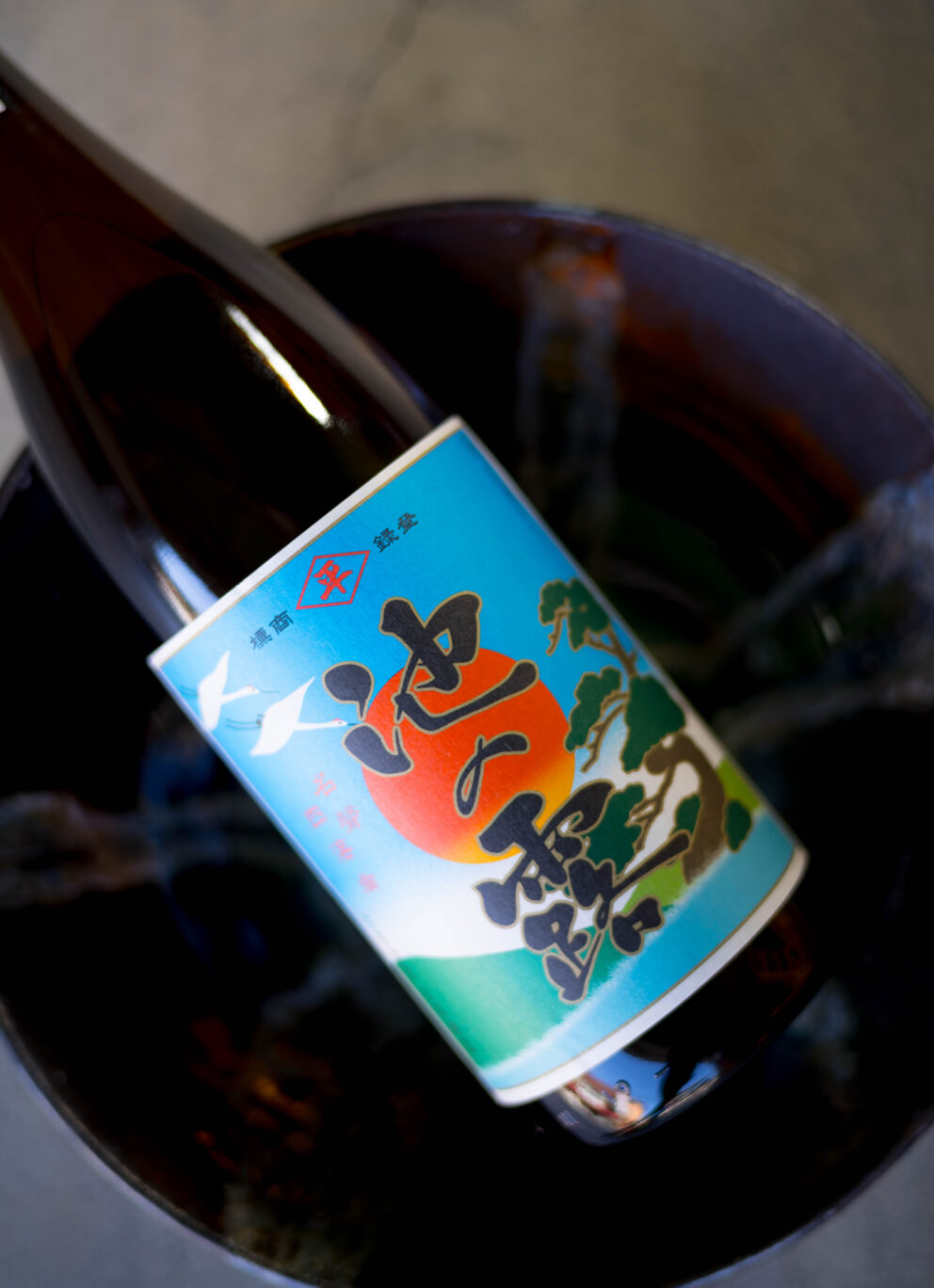 定番としてこの美しきクオリティ  まさに絶品  「芋焼酎  池の露  IKENOTUYU  ＜黒麹   KUROKOUJI＞」