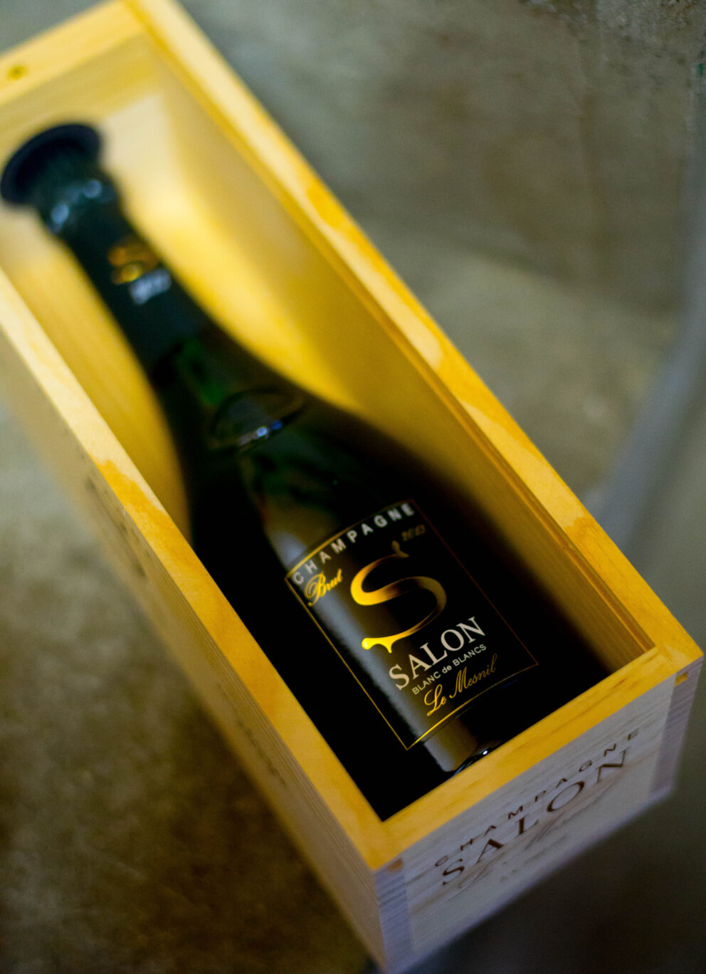CHAMPAGNE  SALON （シャンパーニュ  サロン） BLANC DE BLANCS  BRUT  2002 (ブラン・ド・ブラン　ブリュット　2002ヴィンテージ）1500ml  MUGNUM SIZE（マグナム サイズ）