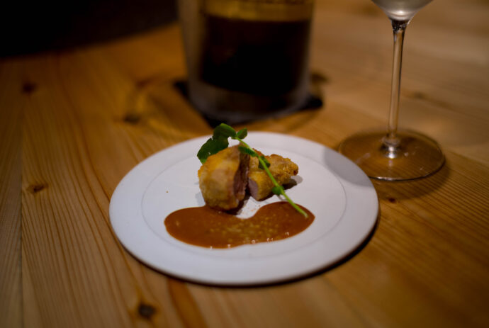 日本酒と旬菜 那古野 けのひ　国際センター　日本料理　和食  愛知県名古屋市西区那古野1-17-17　KENOHI  ケノヒ 片口　カタクチ　平盃　ヒラハイ　充実　器マニア
富屋酒店ラインナップ充実　アルガブランカ クラレーザ  日本ワイン　勝沼醸造　有賀 淳  甲州 和食 マリアージュ  小粋　女性 オススメ　小ぶりポーション
（株）富屋酒店 かぶしきがいしゃ とみやさけてん カブシキガイシャ　トミヤサケテン TOMIYA SAKETEN 　愛知県名古屋市瑞穂区上坂町1-41-2　地酒屋　豊盃　HOUHAI ほうはい　ホーハイ　三浦酒造  MIURASHUZO日高見　ひたかみ　ヒタカミ HITAKAMI  平孝酒造　HIRAKOSHUZO 天の戸 アマノト　あまのと　AMANOTO　浅舞酒造 ASAMAISHUZO　飛露喜 HIROKISHUZOHONTEN　廣木酒造本店　HIROK　大那 DAINA　ダイナ　だいな　菊の里酒造　KIKUNOSATOSHUZO　旭興　KYOKUKO　きょくこう　キョクコウ　渡邉酒造　WATANABESHUZO　仙禽 SENKIN　せんきん　センキン（株）せんきん SENKIN鶴齢　カクレイ　かくれい KAKUREI　青木酒造　AOKISHUZO謙信 ケンシン　けんしん KENSHIN池田屋酒造 IKEDAYASHUZO 白岳仙 HAKUGAKUSEN　ハクガクセン　はくがくせん　安本酒造 YASUMOTOSHUZO 群馬泉 グンマイズミ　ぐんまいずみ 島岡酒造 SHIMAOKASHUZO  喜久醉 きくよい キクヨイKIKUYOI 青島酒造 AOSHIMASHUZO 長珍 ちょうちん　チョウチン長珍酒造CHOCHINSHUZO　みねたからみりん　峯寳 味醂　一子相伝 ミネタカラ　いっしそうでん　イッシソウデン　小笠原味醂 OGASAWARA MIRIN

瀧自慢　たきじまん　タキジマン　瀧自慢酒造　TAKIZIMANSHUZO　田光　TABIKA 早川酒造  HAYAKAWASHUZO　作　ZAKU ざく ザク 清水清三郎商店 SHIMIZUSEIZABUROSHOTEN  篠峯　櫛羅　しのみね　シノミネ　くじら　クジラ　千代酒造　CHIYOSHUZO　雑賀　さいか　サイカ　九重雑賀  KOKONOESAIKA　紀土　鶴梅　無量山　きっど　キッド　KID 　ツルウメ　つるうめ　TURUUME　ムリョウザン　むりょうざん　MURYOZAN　平和酒造　HEIWASHUZO　蒼空　そうくう　ソウクウ　SÔKÛ　藤岡酒造　HUJIOKASHUZO 　宝剣　HOUKEN  宝剣酒造　ほうけんしゅぞう　ホウケンシュゾウ　HOKENSHUZO　清酒竹鶴　小笹屋竹鶴　せいしゅたけつる　セイシュタケツル　おささやたけつる　オササヤタケツル　竹鶴酒造　TAKETURUSHUZO
石鎚　いしづち　イシヅチ　石鎚酒造　ISHIDUCHISHUZO　土佐しらぎく　とさしらぎく　トサシラギク　仙頭酒造場　せんとうしゅぞうじょう　SENDOSHUZOZYO　アルガブランカ　ARUGABURANKA勝沼醸造　KATUNUMAJÔZÔ　ドメーヌソガ　ソガ・ペール・エ・フィス SOGA PELE ET FIS　オブセワイナリー　OBUSEWINERY　ドメーヌタカヒコ　DOMAINE TAKAHIKO　クリサワブラン　KURISAWA BLANC　ナカザワワイナリー　NAKAZAWA WINERY　さつま寿　SATUMA KOTOBUKI 　尾込商店 OGOME SHOTEN  蔵の師魂 KURANOSHIKON  小正醸造　KOMASA ＪÔＺÔ　天狗櫻 TENGUSAKURA  白石酒蔵　SHIRAISHISHUZO  しま千両 SHIMASENRYO　高崎酒蔵  TAKASAKISHUZO  杜氏潤平　TOJIJUNPEI  小玉醸造  KODAMAJOZO  赤鹿毛　青鹿毛  AKAKAGE   AOKAGE　柳田酒蔵  YANAGIDASHUZO　舞香　MAIKA　泰明　TAIMEI　藤居醸造　HUZIIJÔＺÔ　池の露　特酎天草　IKENOTUYU  TOKUCHU  AMAKUSA　壱乃醸　飛乃流　朝日　ICHINOJO  HINORYU　ASAHI　朝日酒造　ASAHISHUZO　龍宮　RYUGU 富田酒造場　TOMITASHUZOJO　鳥飼 TORIKAI　鳥飼酒造　TORIKAISHUZO　極楽 GOIKURAKU　林酒造場 HAYASHISHUZOJO　屋久の島大自然林　酔麦香　YAKUNOSHIMA DAISHIZENRIN SUIBASKUKA　本坊酒造　HONBOSHUZO
金峰　金峰荒蘆過  KINPO　KINPOARAROKA　宇都酒造　UTOSHUZO　北谷長老　CHYATANCHÔＲÔ　北谷酒造　CHYATANSHUZO　山原くいな　YAMBARUKUINA　やんばる酒造　YAMBARUSHUZO　2024年春オープン予定 いいねタウン瑞穂 iiNE マルシェ内　グランクレア瑞穂 いいねタウン瑞穂  愛知県名古屋市瑞穂区宝田町四丁目2番、3番2　春敲町三丁目23番1（地番） 魚太郎　UOTARO MIZUHO うおたろう　ウオタロウ　なごやみずほてん　ナゴヤミズホテン　 名古屋瑞穂店  車で1分　徒歩5分　丸明 瑞穂店  MARUAKI MIZUHO　マルアキ ミズホテン　まるあき みずほてん　 徒歩10分　車3分　焼肉 美奈登  ヤキニクミナト　やきにくみなと YAKINIKU MINATO 車で2分　徒歩10分  どての品川　DOTENO SHINAGAWA　ドテノシナガワ　どてのしながわ　車で30秒　徒歩1分昇福亭　SHOHUKUTEI しょうふくてい　ショウフクテイ 街中華　マニア　大盛り　個性派  車で5分　徒歩15分  名店 近くにたくさんあり　堀田バンザイ　牛巻バンザイ　名古屋のへそ









