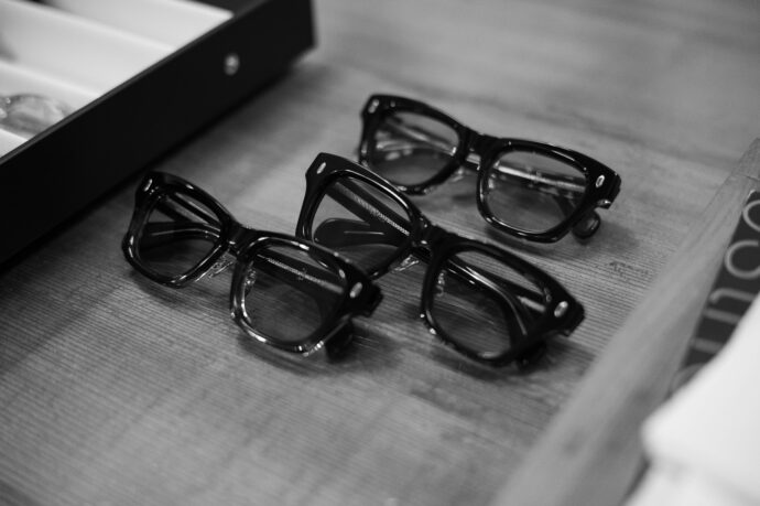 CASABLANCA  カサブランカ　かさぶらんか　EYEWEAR 眼鏡　めがね　メガネ　STIFF スティフ SUBPOP　サブポップ　925 STERLING SILVER 925スターリングシルバー CLEAR LIGHT GRAY LENS 2023
BLUE BEAT ブルービート 　ACE エース 「CASABLANCA」のクリエイティブデザイナーを務める「山口啓祐」が、最高品質の素材を使用し、「トラディショナル」をコンセプトに設立。最高品質のアセテート、シルバー925を採用したパーツ、90％以上のチタンで構成されているTITAN AM-Pを採用するなど、最高品質の素材を厳選し、世界有数の眼鏡生産地である福井県鯖江の職人による手作業によって製作されています。年齢を重ねると共に、着用する二兎の人生が反映されるアイウェアを提案します。（株）富屋酒店 かぶしきがいしゃ とみやさけてん カブシキガイシャ　トミヤサケテン TOMIYA SAKETEN 　愛知県名古屋市瑞穂区上坂町1-41-2　地酒屋　豊盃　HOUHAI ほうはい　ホーハイ　三浦酒造  MIURASHUZO日高見　ひたかみ　ヒタカミ HITAKAMI  平孝酒造　HIRAKOSHUZO 天の戸 アマノト　あまのと　AMANOTO　浅舞酒造 ASAMAISHUZO　飛露喜 HIROKISHUZOHONTEN　廣木酒造本店　HIROK　大那 DAINA　ダイナ　だいな　菊の里酒造　KIKUNOSATOSHUZO　旭興　KYOKUKO　きょくこう　キョクコウ　渡邉酒造　WATANABESHUZO　仙禽 SENKIN　せんきん　センキン（株）せんきん SENKIN鶴齢　カクレイ　かくれい KAKUREI　青木酒造　AOKISHUZO謙信 ケンシン　けんしん KENSHIN池田屋酒造 IKEDAYASHUZO 白岳仙 HAKUGAKUSEN　ハクガクセン　はくがくせん　安本酒造 YASUMOTOSHUZO 群馬泉 グンマイズミ　ぐんまいずみ 島岡酒造 SHIMAOKASHUZO  喜久醉 きくよい キクヨイKIKUYOI 青島酒造 AOSHIMASHUZO 長珍 ちょうちん　チョウチン長珍酒造CHOCHINSHUZO　みねたからみりん　峯寳 味醂　一子相伝 ミネタカラ　いっしそうでん　イッシソウデン　小笠原味醂 OGASAWARA MIRIN

瀧自慢　たきじまん　タキジマン　瀧自慢酒造　TAKIZIMANSHUZO　田光　TABIKA 早川酒造  HAYAKAWASHUZO　作　ZAKU ざく ザク 清水清三郎商店 SHIMIZUSEIZABUROSHOTEN  篠峯　櫛羅　しのみね　シノミネ　くじら　クジラ　千代酒造　CHIYOSHUZO　雑賀　さいか　サイカ　九重雑賀  KOKONOESAIKA　紀土　鶴梅　無量山　きっど　キッド　KID 　ツルウメ　つるうめ　TURUUME　ムリョウザン　むりょうざん　MURYOZAN　平和酒造　HEIWASHUZO　蒼空　そうくう　ソウクウ　SÔKÛ　藤岡酒造　HUJIOKASHUZO 　宝剣　HOUKEN  宝剣酒造　ほうけんしゅぞう　ホウケンシュゾウ　HOKENSHUZO　清酒竹鶴　小笹屋竹鶴　せいしゅたけつる　セイシュタケツル　おささやたけつる　オササヤタケツル　竹鶴酒造　TAKETURUSHUZO
石鎚　いしづち　イシヅチ　石鎚酒造　ISHIDUCHISHUZO　土佐しらぎく　とさしらぎく　トサシラギク　仙頭酒造場　せんとうしゅぞうじょう　SENDOSHUZOZYO
　
 ブルゴーニュワイン　BOURGOGNE  ボルドーワイン　BORDEAUXカリフォルニアワイン CALIFORNIA  シャンパーニュ  SHAMPAGNEアルザスワイン ALSACE ドイツワイン WEIN GERMAN WINE 専門店　ライカM11　ズミルックス50　レンズ　代表　上田豊二　　きき酒師　焼酎アドバイザー　シャンパーニュシュヴァリエ　堀田駅より徒歩10分　熱田神宮駅より徒歩10分
市バス　牛巻より徒歩３分　地下鉄堀田駅より徒歩１５分　名古屋高速堀田出口より車で２分　牛巻交差点より徒歩５分　レトロ街並み　瓦屋根　裏道　大通りより二本入る　CLASSIC CARクラッシックカー CLASSIC BIKE　クラッシックバイク INTERIA　インテリア　　FASHION　ファッション　MUSIC　音楽　LOVE　SAKE SHOP　酒屋
センス　クリエイト　おたく　　MANIAマニア MOVIE　映画　CINEMA シネマ　2024年春オープン予定 いいねタウン瑞穂 iiNE マルシェ内　グランクレア瑞穂 いいねタウン瑞穂  愛知県名古屋市瑞穂区宝田町四丁目2番、3番2　春敲町三丁目23番1（地番） 魚太郎　UOTARO MIZUHO うおたろう　ウオタロウ　なごやみずほてん　ナゴヤミズホテン　 名古屋瑞穂店  車で1分　徒歩5分　丸明 瑞穂店  MARUAKI MIZUHO　マルアキ ミズホテン　まるあき みずほてん　 徒歩10分　車3分　焼肉 美奈登  ヤキニクミナト　やきにくみなと YAKINIKU MINATO 車で2分　徒歩10分  どての品川　DOTENO SHINAGAWA　ドテノシナガワ　どてのしながわ　車で30秒　徒歩1分昇福亭　SHOHUKUTEI しょうふくてい　ショウフクテイ 街中華　マニア　大盛り　個性派  車で5分　徒歩15分  名店 近くにたくさんあり　堀田バンザイ　牛巻バンザイ　名古屋のへそ
Alto　e　Diritto　アルト　エ　ディリット　愛知県名古屋市東区泉1-12-2
高柳忍　社長　伊藤真也　バイヤー　最高　最強　日本一　服屋　唯一無二
FIXER　Fixer　フィクサー　F1　F2　F3　F4　Cow　Leather　BLACK
House　Leather　Cashmere　Suede　Leather　国籍不明　デザイナー不明
干場義正　福田洋平　片山勇　ハービー山口　　愛する服屋　仲間
謎　

