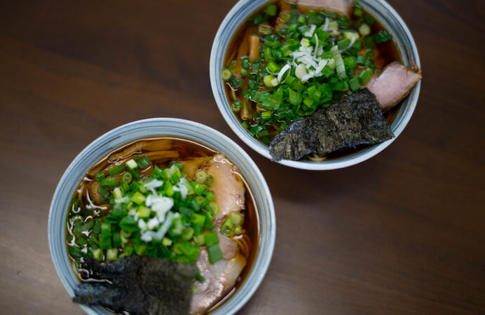 チュウカソバ　中華そば  纏  ちゅうかそば まとい マトイ 　静岡県焼津市柳新屋646 西焼津駅 中華そば 温 並 ねぎトッピング  朝ラー 朝7時から営業 志太系ラーメン 志太系中華そば
（株）富屋酒店 かぶしきがいしゃ とみやさけてん カブシキガイシャ　トミヤサケテン TOMIYA SAKETEN 　愛知県名古屋市瑞穂区上坂町1-41-2　地酒屋　豊盃　HOUHAI ほうはい　ホーハイ　三浦酒造  MIURASHUZO日高見　ひたかみ　ヒタカミ HITAKAMI  平孝酒造　HIRAKOSHUZO 天の戸 アマノト　あまのと　AMANOTO　浅舞酒造 ASAMAISHUZO　飛露喜 HIROKISHUZOHONTEN　廣木酒造本店　HIROK　大那 DAINA　ダイナ　だいな　菊の里酒造　KIKUNOSATOSHUZO　旭興　KYOKUKO　きょくこう　キョクコウ　渡邉酒造　WATANABESHUZO　仙禽 SENKIN　せんきん　センキン（株）せんきん SENKIN鶴齢　カクレイ　かくれい KAKUREI　青木酒造　AOKISHUZO謙信 ケンシン　けんしん KENSHIN池田屋酒造 IKEDAYASHUZO 白岳仙 HAKUGAKUSEN　ハクガクセン　はくがくせん　安本酒造 YASUMOTOSHUZO 群馬泉 グンマイズミ　ぐんまいずみ 島岡酒造 SHIMAOKASHUZO  喜久醉 きくよい キクヨイKIKUYOI 青島酒造 AOSHIMASHUZO 長珍 ちょうちん　チョウチン長珍酒造CHOCHINSHUZO　みねたからみりん　峯寳 味醂　一子相伝 ミネタカラ　いっしそうでん　イッシソウデン　小笠原味醂 OGASAWARA MIRIN

瀧自慢　たきじまん　タキジマン　瀧自慢酒造　TAKIZIMANSHUZO　田光　TABIKA 早川酒造  HAYAKAWASHUZO　作　ZAKU ざく ザク 清水清三郎商店 SHIMIZUSEIZABUROSHOTEN  篠峯　櫛羅　しのみね　シノミネ　くじら　クジラ　千代酒造　CHIYOSHUZO　雑賀　さいか　サイカ　九重雑賀  KOKONOESAIKA　紀土　鶴梅　無量山　きっど　キッド　KID 　ツルウメ　つるうめ　TURUUME　ムリョウザン　むりょうざん　MURYOZAN　平和酒造　HEIWASHUZO　蒼空　そうくう　ソウクウ　SÔKÛ　藤岡酒造　HUJIOKASHUZO 　宝剣　HOUKEN  宝剣酒造　ほうけんしゅぞう　ホウケンシュゾウ　HOKENSHUZO　清酒竹鶴　小笹屋竹鶴　せいしゅたけつる　セイシュタケツル　おささやたけつる　オササヤタケツル　竹鶴酒造　TAKETURUSHUZO
石鎚　いしづち　イシヅチ　石鎚酒造　ISHIDUCHISHUZO　土佐しらぎく　とさしらぎく　トサシラギク　仙頭酒造場　せんとうしゅぞうじょう　SENDOSHUZOZYO　アルガブランカ　ARUGABURANKA勝沼醸造　KATUNUMAJÔZÔ　ドメーヌソガ　ソガ・ペール・エ・フィス SOGA PELE ET FIS　オブセワイナリー　OBUSEWINERY　ドメーヌタカヒコ　DOMAINE TAKAHIKO　クリサワブラン　KURISAWA BLANC　ナカザワワイナリー　NAKAZAWA WINERY　さつま寿　SATUMA KOTOBUKI 　尾込商店 OGOME SHOTEN  蔵の師魂 KURANOSHIKON  小正醸造　KOMASA ＪÔＺÔ　天狗櫻 TENGUSAKURA  白石酒蔵　SHIRAISHISHUZO  しま千両 SHIMASENRYO　高崎酒蔵  TAKASAKISHUZO  杜氏潤平　TOJIJUNPEI  小玉醸造  KODAMAJOZO  赤鹿毛　青鹿毛  AKAKAGE   AOKAGE　柳田酒蔵  YANAGIDASHUZO　舞香　MAIKA　泰明　TAIMEI　藤居醸造　HUZIIJÔＺÔ　池の露　特酎天草　IKENOTUYU  TOKUCHU  AMAKUSA　壱乃醸　飛乃流　朝日　ICHINOJO  HINORYU　ASAHI　朝日酒造　ASAHISHUZO　龍宮　RYUGU 富田酒造場　TOMITASHUZOJO　鳥飼 TORIKAI　鳥飼酒造　TORIKAISHUZO　極楽 GOIKURAKU　林酒造場 HAYASHISHUZOJO　屋久の島大自然林　酔麦香　YAKUNOSHIMA DAISHIZENRIN SUIBASKUKA　本坊酒造　HONBOSHUZO
金峰　金峰荒蘆過  KINPO　KINPOARAROKA　宇都酒造　UTOSHUZO　北谷長老　CHYATANCHÔＲÔ　北谷酒造　CHYATANSHUZO　山原くいな　YAMBARUKUINA　やんばる酒造　YAMBARUSHUZO　2024年春オープン予定 いいねタウン瑞穂 iiNE マルシェ内　グランクレア瑞穂 いいねタウン瑞穂  愛知県名古屋市瑞穂区宝田町四丁目2番、3番2　春敲町三丁目23番1（地番） 魚太郎　UOTARO MIZUHO うおたろう　ウオタロウ　なごやみずほてん　ナゴヤミズホテン　 名古屋瑞穂店  車で1分　徒歩5分　丸明 瑞穂店  MARUAKI MIZUHO　マルアキ ミズホテン　まるあき みずほてん　 徒歩10分　車3分　焼肉 美奈登  ヤキニクミナト　やきにくみなと YAKINIKU MINATO 車で2分　徒歩10分  どての品川　DOTENO SHINAGAWA　ドテノシナガワ　どてのしながわ　車で30秒　徒歩1分昇福亭　SHOHUKUTEI しょうふくてい　ショウフクテイ 街中華　マニア　大盛り　個性派  車で5分　徒歩15分  名店 近くにたくさんあり　堀田バンザイ　牛巻バンザイ　名古屋のへそ

