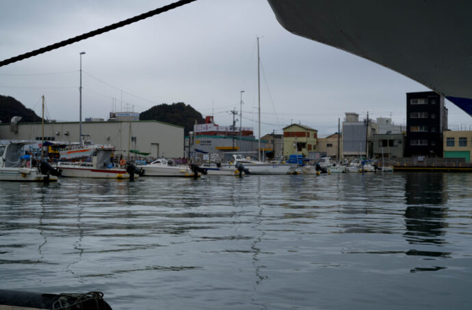 焼津港 やいずこう ヤイズコウ YAIZU BAY  地魚亭 ジザカナテイ じざかなてい 
（株）富屋酒店 かぶしきがいしゃ とみやさけてん カブシキガイシャ　トミヤサケテン TOMIYA SAKETEN 　愛知県名古屋市瑞穂区上坂町1-41-2　地酒屋　豊盃　HOUHAI ほうはい　ホーハイ　三浦酒造  MIURASHUZO日高見　ひたかみ　ヒタカミ HITAKAMI  平孝酒造　HIRAKOSHUZO 天の戸 アマノト　あまのと　AMANOTO　浅舞酒造 ASAMAISHUZO　飛露喜 HIROKISHUZOHONTEN　廣木酒造本店　HIROK　大那 DAINA　ダイナ　だいな　菊の里酒造　KIKUNOSATOSHUZO　旭興　KYOKUKO　きょくこう　キョクコウ　渡邉酒造　WATANABESHUZO　仙禽 SENKIN　せんきん　センキン（株）せんきん SENKIN鶴齢　カクレイ　かくれい KAKUREI　青木酒造　AOKISHUZO謙信 ケンシン　けんしん KENSHIN池田屋酒造 IKEDAYASHUZO 白岳仙 HAKUGAKUSEN　ハクガクセン　はくがくせん　安本酒造 YASUMOTOSHUZO 群馬泉 グンマイズミ　ぐんまいずみ 島岡酒造 SHIMAOKASHUZO  喜久醉 きくよい キクヨイKIKUYOI 青島酒造 AOSHIMASHUZO 長珍 ちょうちん　チョウチン長珍酒造CHOCHINSHUZO　みねたからみりん　峯寳 味醂　一子相伝 ミネタカラ　いっしそうでん　イッシソウデン　小笠原味醂 OGASAWARA MIRIN

瀧自慢　たきじまん　タキジマン　瀧自慢酒造　TAKIZIMANSHUZO　田光　TABIKA 早川酒造  HAYAKAWASHUZO　作　ZAKU ざく ザク 清水清三郎商店 SHIMIZUSEIZABUROSHOTEN  篠峯　櫛羅　しのみね　シノミネ　くじら　クジラ　千代酒造　CHIYOSHUZO　雑賀　さいか　サイカ　九重雑賀  KOKONOESAIKA　紀土　鶴梅　無量山　きっど　キッド　KID 　ツルウメ　つるうめ　TURUUME　ムリョウザン　むりょうざん　MURYOZAN　平和酒造　HEIWASHUZO　蒼空　そうくう　ソウクウ　SÔKÛ　藤岡酒造　HUJIOKASHUZO 　宝剣　HOUKEN  宝剣酒造　ほうけんしゅぞう　ホウケンシュゾウ　HOKENSHUZO　清酒竹鶴　小笹屋竹鶴　せいしゅたけつる　セイシュタケツル　おささやたけつる　オササヤタケツル　竹鶴酒造　TAKETURUSHUZO
石鎚　いしづち　イシヅチ　石鎚酒造　ISHIDUCHISHUZO　土佐しらぎく　とさしらぎく　トサシラギク　仙頭酒造場　せんとうしゅぞうじょう　SENDOSHUZOZYO　アルガブランカ　ARUGABURANKA勝沼醸造　KATUNUMAJÔZÔ　ドメーヌソガ　ソガ・ペール・エ・フィス SOGA PELE ET FIS　オブセワイナリー　OBUSEWINERY　ドメーヌタカヒコ　DOMAINE TAKAHIKO　クリサワブラン　KURISAWA BLANC　ナカザワワイナリー　NAKAZAWA WINERY　さつま寿　SATUMA KOTOBUKI 　尾込商店 OGOME SHOTEN  蔵の師魂 KURANOSHIKON  小正醸造　KOMASA ＪÔＺÔ　天狗櫻 TENGUSAKURA  白石酒蔵　SHIRAISHISHUZO  しま千両 SHIMASENRYO　高崎酒蔵  TAKASAKISHUZO  杜氏潤平　TOJIJUNPEI  小玉醸造  KODAMAJOZO  赤鹿毛　青鹿毛  AKAKAGE   AOKAGE　柳田酒蔵  YANAGIDASHUZO　舞香　MAIKA　泰明　TAIMEI　藤居醸造　HUZIIJÔＺÔ　池の露　特酎天草　IKENOTUYU  TOKUCHU  AMAKUSA　壱乃醸　飛乃流　朝日　ICHINOJO  HINORYU　ASAHI　朝日酒造　ASAHISHUZO　龍宮　RYUGU 富田酒造場　TOMITASHUZOJO　鳥飼 TORIKAI　鳥飼酒造　TORIKAISHUZO　極楽 GOIKURAKU　林酒造場 HAYASHISHUZOJO　屋久の島大自然林　酔麦香　YAKUNOSHIMA DAISHIZENRIN SUIBASKUKA　本坊酒造　HONBOSHUZO
金峰　金峰荒蘆過  KINPO　KINPOARAROKA　宇都酒造　UTOSHUZO　北谷長老　CHYATANCHÔＲÔ　北谷酒造　CHYATANSHUZO　山原くいな　YAMBARUKUINA　やんばる酒造　YAMBARUSHUZO　2024年春オープン予定 いいねタウン瑞穂 iiNE マルシェ内　グランクレア瑞穂 いいねタウン瑞穂  愛知県名古屋市瑞穂区宝田町四丁目2番、3番2　春敲町三丁目23番1（地番） 魚太郎　UOTARO MIZUHO うおたろう　ウオタロウ　なごやみずほてん　ナゴヤミズホテン　 名古屋瑞穂店  車で1分　徒歩5分　丸明 瑞穂店  MARUAKI MIZUHO　マルアキ ミズホテン　まるあき みずほてん　 徒歩10分　車3分　焼肉 美奈登  ヤキニクミナト　やきにくみなと YAKINIKU MINATO 車で2分　徒歩10分  どての品川　DOTENO SHINAGAWA　ドテノシナガワ　どてのしながわ　車で30秒　徒歩1分昇福亭　SHOHUKUTEI しょうふくてい　ショウフクテイ 街中華　マニア　大盛り　個性派  車で5分　徒歩15分  名店 近くにたくさんあり　堀田バンザイ　牛巻バンザイ　名古屋のへそ

