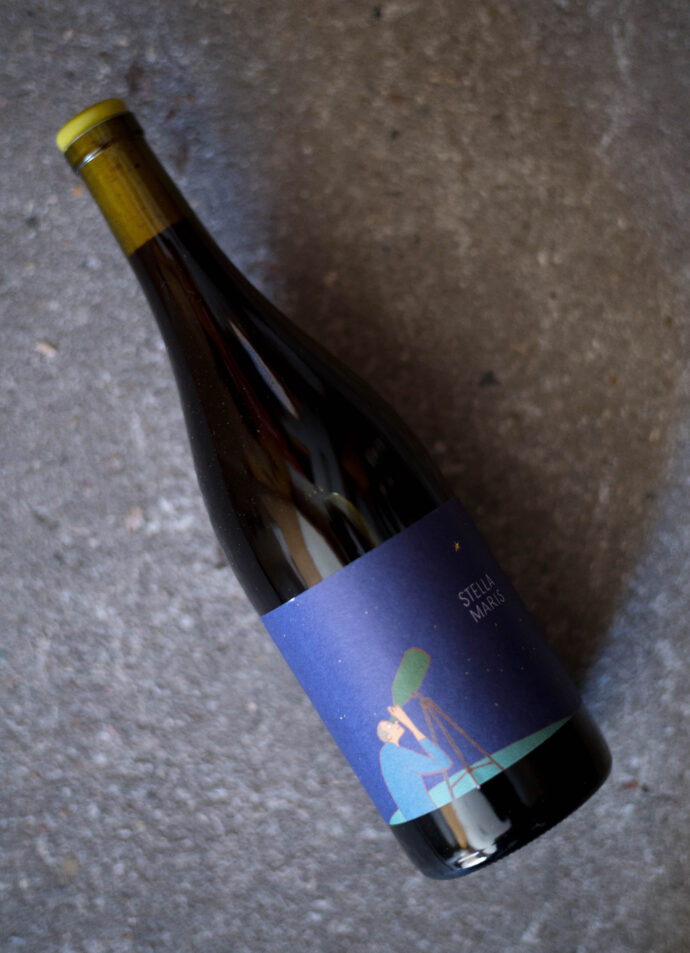 10R WINERY トアール ワイナリー とあーるわいなりー 雪深き岩見沢で刮目すべきワインを造る10Rワイナリー。ブルース＆亮子のガットラブ夫婦による《ステラ・マリス》第二作、ついに到着。地中のクヴェグリを使いこなした、ケルナーとツヴァイゲルトです。10ＲWAINERY（トアール ワイナリー）STELLA MARIS 2020（ステラ・マリス ）ZWEIGELT REBE 2019（ツヴァイゲルトレーベ・赤 2019ヴィンテージ）10ＲWAINERY（トアール ワイナリー）STELLA MARIS  2020（ステラ・マリス）KERNER  2020（ケルナー・白  2020ヴィンテージ）北海度岩見沢市栗沢町上幌1123番地10
（株）富屋酒店 かぶしきがいしゃ とみやさけてん カブシキガイシャ　トミヤサケテン TOMIYA SAKETEN 　愛知県名古屋市瑞穂区上坂町1-41-2　地酒屋　豊盃　HOUHAI ほうはい　ホーハイ　三浦酒造  MIURASHUZO日高見　ひたかみ　ヒタカミ HITAKAMI  平孝酒造　HIRAKOSHUZO 天の戸 アマノト　あまのと　AMANOTO　浅舞酒造 ASAMAISHUZO　飛露喜 HIROKISHUZOHONTEN　廣木酒造本店　HIROK　大那 DAINA　ダイナ　だいな　菊の里酒造　KIKUNOSATOSHUZO　旭興　KYOKUKO　きょくこう　キョクコウ　渡邉酒造　WATANABESHUZO　仙禽 SENKIN　せんきん　センキン（株）せんきん SENKIN鶴齢　カクレイ　かくれい KAKUREI　青木酒造　AOKISHUZO謙信 ケンシン　けんしん KENSHIN池田屋酒造 IKEDAYASHUZO 白岳仙 HAKUGAKUSEN　ハクガクセン　はくがくせん　安本酒造 YASUMOTOSHUZO 群馬泉 グンマイズミ　ぐんまいずみ 島岡酒造 SHIMAOKASHUZO  喜久醉 きくよい キクヨイKIKUYOI 青島酒造 AOSHIMASHUZO 長珍 ちょうちん　チョウチン長珍酒造CHOCHINSHUZO　みねたからみりん　峯寳 味醂　一子相伝 ミネタカラ　いっしそうでん　イッシソウデン　小笠原味醂 OGASAWARA MIRIN

瀧自慢　たきじまん　タキジマン　瀧自慢酒造　TAKIZIMANSHUZO　田光　TABIKA 早川酒造  HAYAKAWASHUZO　作　ZAKU ざく ザク 清水清三郎商店 SHIMIZUSEIZABUROSHOTEN  篠峯　櫛羅　しのみね　シノミネ　くじら　クジラ　千代酒造　CHIYOSHUZO　雑賀　さいか　サイカ　九重雑賀  KOKONOESAIKA　紀土　鶴梅　無量山　きっど　キッド　KID 　ツルウメ　つるうめ　TURUUME　ムリョウザン　むりょうざん　MURYOZAN　平和酒造　HEIWASHUZO　蒼空　そうくう　ソウクウ　SÔKÛ　藤岡酒造　HUJIOKASHUZO 　宝剣　HOUKEN  宝剣酒造　ほうけんしゅぞう　ホウケンシュゾウ　HOKENSHUZO　清酒竹鶴　小笹屋竹鶴　せいしゅたけつる　セイシュタケツル　おささやたけつる　オササヤタケツル　竹鶴酒造　TAKETURUSHUZO
石鎚　いしづち　イシヅチ　石鎚酒造　ISHIDUCHISHUZO　土佐しらぎく　とさしらぎく　トサシラギク　仙頭酒造場　せんとうしゅぞうじょう　SENDOSHUZOZYO　アルガブランカ　ARUGABURANKA勝沼醸造　KATUNUMAJÔZÔ　ドメーヌソガ　ソガ・ペール・エ・フィス SOGA PELE ET FIS　オブセワイナリー　OBUSEWINERY　ドメーヌタカヒコ　DOMAINE TAKAHIKO　クリサワブラン　KURISAWA BLANC　ナカザワワイナリー　NAKAZAWA WINERY　さつま寿　SATUMA KOTOBUKI 　尾込商店 OGOME SHOTEN  蔵の師魂 KURANOSHIKON  小正醸造　KOMASA ＪÔＺÔ　天狗櫻 TENGUSAKURA  白石酒蔵　SHIRAISHISHUZO  しま千両 SHIMASENRYO　高崎酒蔵  TAKASAKISHUZO  杜氏潤平　TOJIJUNPEI  小玉醸造  KODAMAJOZO  赤鹿毛　青鹿毛  AKAKAGE   AOKAGE　柳田酒蔵  YANAGIDASHUZO　舞香　MAIKA　泰明　TAIMEI　藤居醸造　HUZIIJÔＺÔ　池の露　特酎天草　IKENOTUYU  TOKUCHU  AMAKUSA　壱乃醸　飛乃流　朝日　ICHINOJO  HINORYU　ASAHI　朝日酒造　ASAHISHUZO　龍宮　RYUGU 富田酒造場　TOMITASHUZOJO　鳥飼 TORIKAI　鳥飼酒造　TORIKAISHUZO　極楽 GOIKURAKU　林酒造場 HAYASHISHUZOJO　屋久の島大自然林　酔麦香　YAKUNOSHIMA DAISHIZENRIN SUIBASKUKA　本坊酒造　HONBOSHUZO
金峰　金峰荒蘆過  KINPO　KINPOARAROKA　宇都酒造　UTOSHUZO　北谷長老　CHYATANCHÔＲÔ　北谷酒造　CHYATANSHUZO　山原くいな　YAMBARUKUINA　やんばる酒造　YAMBARUSHUZO　2024年春オープン予定 いいねタウン瑞穂 iiNE マルシェ内　グランクレア瑞穂 いいねタウン瑞穂  愛知県名古屋市瑞穂区宝田町四丁目2番、3番2　春敲町三丁目23番1（地番） 魚太郎　UOTARO MIZUHO うおたろう　ウオタロウ　なごやみずほてん　ナゴヤミズホテン　 名古屋瑞穂店  車で1分　徒歩5分　丸明 瑞穂店  MARUAKI MIZUHO　マルアキ ミズホテン　まるあき みずほてん　 徒歩10分　車3分　焼肉 美奈登  ヤキニクミナト　やきにくみなと YAKINIKU MINATO 車で2分　徒歩10分  どての品川　DOTENO SHINAGAWA　ドテノシナガワ　どてのしながわ　車で30秒　徒歩1分昇福亭　SHOHUKUTEI しょうふくてい　ショウフクテイ 街中華　マニア　大盛り　個性派  車で5分　徒歩15分  名店 近くにたくさんあり　堀田バンザイ　牛巻バンザイ　名古屋のへそ
