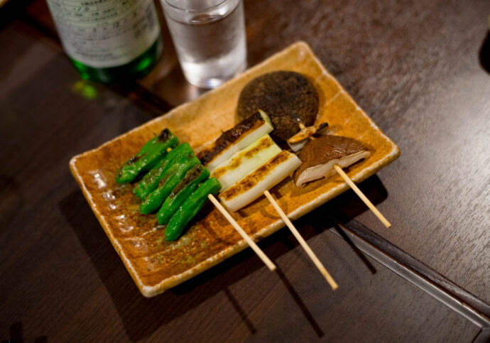 炭火やきとり 武 SUMIBIYAKITORI TAKE　スミビヤキトリ タケ  栃木県那須塩原市下永田2丁目1044-6
鴨鍋コース　絶品　旨し　大那　旭興　
（株）富屋酒店 かぶしきがいしゃ とみやさけてん カブシキガイシャ　トミヤサケテン TOMIYA SAKETEN 　愛知県名古屋市瑞穂区上坂町1-41-2　地酒屋　豊盃　HOUHAI ほうはい　ホーハイ　三浦酒造  MIURASHUZO日高見　ひたかみ　ヒタカミ HITAKAMI  平孝酒造　HIRAKOSHUZO 天の戸 アマノト　あまのと　AMANOTO　浅舞酒造 ASAMAISHUZO　飛露喜 HIROKISHUZOHONTEN　廣木酒造本店　HIROK　大那 DAINA　ダイナ　だいな　菊の里酒造　KIKUNOSATOSHUZO　旭興　KYOKUKO　きょくこう　キョクコウ　渡邉酒造　WATANABESHUZO　仙禽 SENKIN　せんきん　センキン（株）せんきん SENKIN鶴齢　カクレイ　かくれい KAKUREI　青木酒造　AOKISHUZO謙信 ケンシン　けんしん KENSHIN池田屋酒造 IKEDAYASHUZO 白岳仙 HAKUGAKUSEN　ハクガクセン　はくがくせん　安本酒造 YASUMOTOSHUZO 群馬泉 グンマイズミ　ぐんまいずみ 島岡酒造 SHIMAOKASHUZO  喜久醉 きくよい キクヨイKIKUYOI 青島酒造 AOSHIMASHUZO 長珍 ちょうちん　チョウチン長珍酒造CHOCHINSHUZO　みねたからみりん　峯寳 味醂　一子相伝 ミネタカラ　いっしそうでん　イッシソウデン　小笠原味醂 OGASAWARA MIRIN

瀧自慢　たきじまん　タキジマン　瀧自慢酒造　TAKIZIMANSHUZO　田光　TABIKA 早川酒造  HAYAKAWASHUZO　作　ZAKU ざく ザク 清水清三郎商店 SHIMIZUSEIZABUROSHOTEN  篠峯　櫛羅　しのみね　シノミネ　くじら　クジラ　千代酒造　CHIYOSHUZO　雑賀　さいか　サイカ　九重雑賀  KOKONOESAIKA　紀土　鶴梅　無量山　きっど　キッド　KID 　ツルウメ　つるうめ　TURUUME　ムリョウザン　むりょうざん　MURYOZAN　平和酒造　HEIWASHUZO　蒼空　そうくう　ソウクウ　SÔKÛ　藤岡酒造　HUJIOKASHUZO 　宝剣　HOUKEN  宝剣酒造　ほうけんしゅぞう　ホウケンシュゾウ　HOKENSHUZO　清酒竹鶴　小笹屋竹鶴　せいしゅたけつる　セイシュタケツル　おささやたけつる　オササヤタケツル　竹鶴酒造　TAKETURUSHUZO
石鎚　いしづち　イシヅチ　石鎚酒造　ISHIDUCHISHUZO　土佐しらぎく　とさしらぎく　トサシラギク　仙頭酒造場　せんとうしゅぞうじょう　SENDOSHUZOZYO　アルガブランカ　ARUGABURANKA勝沼醸造　KATUNUMAJÔZÔ　ドメーヌソガ　ソガ・ペール・エ・フィス SOGA PELE ET FIS　オブセワイナリー　OBUSEWINERY　ドメーヌタカヒコ　DOMAINE TAKAHIKO　クリサワブラン　KURISAWA BLANC　ナカザワワイナリー　NAKAZAWA WINERY　さつま寿　SATUMA KOTOBUKI 　尾込商店 OGOME SHOTEN  蔵の師魂 KURANOSHIKON  小正醸造　KOMASA ＪÔＺÔ　天狗櫻 TENGUSAKURA  白石酒蔵　SHIRAISHISHUZO  しま千両 SHIMASENRYO　高崎酒蔵  TAKASAKISHUZO  杜氏潤平　TOJIJUNPEI  小玉醸造  KODAMAJOZO  赤鹿毛　青鹿毛  AKAKAGE   AOKAGE　柳田酒蔵  YANAGIDASHUZO　舞香　MAIKA　泰明　TAIMEI　藤居醸造　HUZIIJÔＺÔ　池の露　特酎天草　IKENOTUYU  TOKUCHU  AMAKUSA　壱乃醸　飛乃流　朝日　ICHINOJO  HINORYU　ASAHI　朝日酒造　ASAHISHUZO　龍宮　RYUGU 富田酒造場　TOMITASHUZOJO　鳥飼 TORIKAI　鳥飼酒造　TORIKAISHUZO　極楽 GOIKURAKU　林酒造場 HAYASHISHUZOJO　屋久の島大自然林　酔麦香　YAKUNOSHIMA DAISHIZENRIN SUIBASKUKA　本坊酒造　HONBOSHUZO
金峰　金峰荒蘆過  KINPO　KINPOARAROKA　宇都酒造　UTOSHUZO　北谷長老　CHYATANCHÔＲÔ　北谷酒造　CHYATANSHUZO　山原くいな　YAMBARUKUINA　やんばる酒造　YAMBARUSHUZO　2024年春オープン予定 いいねタウン瑞穂 iiNE マルシェ内　グランクレア瑞穂 いいねタウン瑞穂  愛知県名古屋市瑞穂区宝田町四丁目2番、3番2　春敲町三丁目23番1（地番） 魚太郎　UOTARO MIZUHO うおたろう　ウオタロウ　なごやみずほてん　ナゴヤミズホテン　 名古屋瑞穂店  車で1分　徒歩5分　丸明 瑞穂店  MARUAKI MIZUHO　マルアキ ミズホテン　まるあき みずほてん　 徒歩10分　車3分　焼肉 美奈登  ヤキニクミナト　やきにくみなと YAKINIKU MINATO 車で2分　徒歩10分  どての品川　DOTENO SHINAGAWA　ドテノシナガワ　どてのしながわ　車で30秒　徒歩1分昇福亭　SHOHUKUTEI しょうふくてい　ショウフクテイ 街中華　マニア　大盛り　個性派  車で5分　徒歩15分  名店 近くにたくさんあり　堀田バンザイ　牛巻バンザイ　名古屋のへそ
