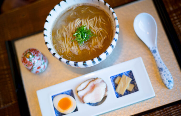 麺屋 八っすんば  静岡県藤枝市南新屋275-11  朝ラー　藤枝文化 静岡文化  志太系ラーメン  旨し  行列必須   清い  ピュア  （株）富屋酒店 かぶしきがいしゃ とみやさけてん カブシキガイシャ　トミヤサケテン TOMIYA SAKETEN 　愛知県名古屋市瑞穂区上坂町1-41-2　地酒屋　豊盃　HOUHAI ほうはい　ホーハイ　三浦酒造  MIURASHUZO日高見　ひたかみ　ヒタカミ HITAKAMI  平孝酒造　HIRAKOSHUZO 天の戸 アマノト　あまのと　AMANOTO　浅舞酒造 ASAMAISHUZO　飛露喜 HIROKISHUZOHONTEN　廣木酒造本店　HIROK　大那 DAINA　ダイナ　だいな　菊の里酒造　KIKUNOSATOSHUZO　旭興　KYOKUKO　きょくこう　キョクコウ　渡邉酒造　WATANABESHUZO　仙禽 SENKIN　せんきん　センキン（株）せんきん SENKIN鶴齢　カクレイ　かくれい KAKUREI　青木酒造　AOKISHUZO謙信 ケンシン　けんしん KENSHIN池田屋酒造 IKEDAYASHUZO 白岳仙 HAKUGAKUSEN　ハクガクセン　はくがくせん　安本酒造 YASUMOTOSHUZO 群馬泉 グンマイズミ　ぐんまいずみ 島岡酒造 SHIMAOKASHUZO  喜久醉 きくよい キクヨイKIKUYOI 青島酒造 AOSHIMASHUZO 長珍 ちょうちん　チョウチン長珍酒造CHOCHINSHUZO　みねたからみりん　峯寳 味醂　一子相伝 ミネタカラ　いっしそうでん　イッシソウデン　小笠原味醂 OGASAWARA MIRIN

瀧自慢　たきじまん　タキジマン　瀧自慢酒造　TAKIZIMANSHUZO　田光　TABIKA 早川酒造  HAYAKAWASHUZO　作　ZAKU ざく ザク 清水清三郎商店 SHIMIZUSEIZABUROSHOTEN  篠峯　櫛羅　しのみね　シノミネ　くじら　クジラ　千代酒造　CHIYOSHUZO　雑賀　さいか　サイカ　九重雑賀  KOKONOESAIKA　紀土　鶴梅　無量山　きっど　キッド　KID 　ツルウメ　つるうめ　TURUUME　ムリョウザン　むりょうざん　MURYOZAN　平和酒造　HEIWASHUZO　蒼空　そうくう　ソウクウ　SÔKÛ　藤岡酒造　HUJIOKASHUZO 　宝剣　HOUKEN  宝剣酒造　ほうけんしゅぞう　ホウケンシュゾウ　HOKENSHUZO　清酒竹鶴　小笹屋竹鶴　せいしゅたけつる　セイシュタケツル　おささやたけつる　オササヤタケツル　竹鶴酒造　TAKETURUSHUZO
石鎚　いしづち　イシヅチ　石鎚酒造　ISHIDUCHISHUZO　土佐しらぎく　とさしらぎく　トサシラギク　仙頭酒造場　せんとうしゅぞうじょう　SENDOSHUZOZYO　アルガブランカ　ARUGABURANKA勝沼醸造　KATUNUMAJÔZÔ　ドメーヌソガ　ソガ・ペール・エ・フィス SOGA PELE ET FIS　オブセワイナリー　OBUSEWINERY　ドメーヌタカヒコ　DOMAINE TAKAHIKO　クリサワブラン　KURISAWA BLANC　ナカザワワイナリー　NAKAZAWA WINERY　さつま寿　SATUMA KOTOBUKI 　尾込商店 OGOME SHOTEN  蔵の師魂 KURANOSHIKON  小正醸造　KOMASA ＪÔＺÔ　天狗櫻 TENGUSAKURA  白石酒蔵　SHIRAISHISHUZO  しま千両 SHIMASENRYO　高崎酒蔵  TAKASAKISHUZO  杜氏潤平　TOJIJUNPEI  小玉醸造  KODAMAJOZO  赤鹿毛　青鹿毛  AKAKAGE   AOKAGE　柳田酒蔵  YANAGIDASHUZO　舞香　MAIKA　泰明　TAIMEI　藤居醸造　HUZIIJÔＺÔ　池の露　特酎天草　IKENOTUYU  TOKUCHU  AMAKUSA　壱乃醸　飛乃流　朝日　ICHINOJO  HINORYU　ASAHI　朝日酒造　ASAHISHUZO　龍宮　RYUGU 富田酒造場　TOMITASHUZOJO　鳥飼 TORIKAI　鳥飼酒造　TORIKAISHUZO　極楽 GOIKURAKU　林酒造場 HAYASHISHUZOJO　屋久の島大自然林　酔麦香　YAKUNOSHIMA DAISHIZENRIN SUIBASKUKA　本坊酒造　HONBOSHUZO
金峰　金峰荒蘆過  KINPO　KINPOARAROKA　宇都酒造　UTOSHUZO　北谷長老　CHYATANCHÔＲÔ　北谷酒造　CHYATANSHUZO　山原くいな　YAMBARUKUINA　やんばる酒造　YAMBARUSHUZO　2024年春オープン予定 いいねタウン瑞穂 iiNE マルシェ内　グランクレア瑞穂 いいねタウン瑞穂  愛知県名古屋市瑞穂区宝田町四丁目2番、3番2　春敲町三丁目23番1（地番） 魚太郎　UOTARO MIZUHO うおたろう　ウオタロウ　なごやみずほてん　ナゴヤミズホテン　 名古屋瑞穂店  車で1分　徒歩5分　丸明 瑞穂店  MARUAKI MIZUHO　マルアキ ミズホテン　まるあき みずほてん　 徒歩10分　車3分　焼肉 美奈登  ヤキニクミナト　やきにくみなと YAKINIKU MINATO 車で2分　徒歩10分  どての品川　DOTENO SHINAGAWA　ドテノシナガワ　どてのしながわ　車で30秒　徒歩1分昇福亭　SHOHUKUTEI しょうふくてい　ショウフクテイ 街中華　マニア　大盛り　個性派  車で5分　徒歩15分  名店 近くにたくさんあり　堀田バンザイ　牛巻バンザイ　名古屋のへそ
