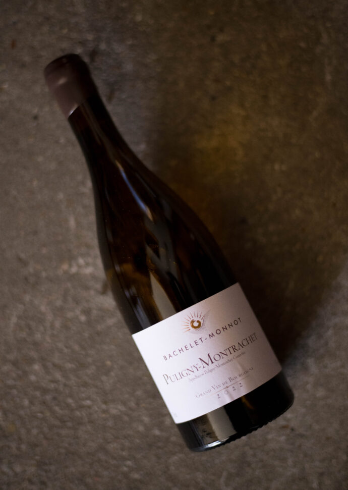 DOMAINE BACHELET-MONNOT BATARD-MONTRACHET GrandCru 2020(バシュレ=モノ バタール・モンラッシェ グランクリュ 2020ヴィンテージ) 輸入元 オルヴォー 村岡覚 MURAOKA
フランス ブルゴーニュ コート・ド・ボーヌ マランジュ デジーズ村
マルク アレクサンドル 兄弟 2005年1月 20代という若さで創立
新世代ライジングスター ヴァンサン・ダンセール オリヴィエ・ラミー
国際的なワインメディアから称賛 サントネ ピュリニー シャサー^ニュ バタール・モンラッシェ グランクリュ ルージュ ブラン
23ヘクタールの畑 緻密で純粋な果実とテロワールを表現 激ウマ
(株)富屋酒店 かぶしきがいしゃ とみやさけてん カブシキガイシャ トミヤサケテン TOMIYA SAKETEN 愛知県名古屋市瑞穂区上坂町1-41-2 地酒屋 豊盃 HOUHAI ほうはい ホーハイ 三浦酒造 MIURASHUZO日高見 ひたかみ ヒタカミ HITAKAMI 平孝酒造 HIRAKOSHUZO 天の戸 アマノト あまのと AMANOTO 浅舞酒造 ASAMAISHUZO 飛露喜 HIROKISHUZOHONTEN 廣木酒造本店 HIROK 大那 DAINA ダイナ だいな 菊の里酒造 KIKUNOSATOSHUZO 旭興 KYOKUKO きょくこう キョクコウ 渡邉酒造 WATANABESHUZO 仙禽 SENKIN せんきん センキン(株)せんきん SENKIN鶴齢 カクレイ かくれい KAKUREI 青木酒造 AOKISHUZO謙信 ケンシン けんしん KENSHIN池田屋酒造 IKEDAYASHUZO 白岳仙 HAKUGAKUSEN ハクガクセン はくがくせん 安本酒造 YASUMOTOSHUZO 群馬泉 グンマイズミ ぐんまいずみ 島岡酒造 SHIMAOKASHUZO 喜久醉 きくよい キクヨイKIKUYOI 青島酒造 AOSHIMASHUZO 長珍 ちょうちん チョウチン長珍酒造CHOCHINSHUZO みねたからみりん 峯寳 味醂 一子相伝 ミネタカラ いっしそうでん イッシソウデン 小笠原味醂 OGASAWARA MIRIN
瀧自慢 たきじまん タキジマン 瀧自慢酒造 TAKIZIMANSHUZO 田光 TABIKA 早川酒造 HAYAKAWASHUZO 作 ZAKU ざく ザク 清水清三郎商店 SHIMIZUSEIZABUROSHOTEN 篠峯 櫛羅 しのみね シノミネ くじら クジラ 千代酒造 CHIYOSHUZO 雑賀 さいか サイカ 九重雑賀 KOKONOESAIKA 紀土 鶴梅 無量山 きっど キッド KID ツルウメ つるうめ TURUUME ムリョウザン むりょうざん MURYOZAN 平和酒造 HEIWASHUZO 蒼空 そうくう ソウクウ SÔKÛ 藤岡酒造 HUJIOKASHUZO 宝剣 HOUKEN 宝剣酒造 ほうけんしゅぞう ホウケンシュゾウ HOKENSHUZO 清酒竹鶴 小笹屋竹鶴 せいしゅたけつる セイシュタケツル おささやたけつる オササヤタケツル 竹鶴酒造 TAKETURUSHUZO
石鎚 いしづち イシヅチ 石鎚酒造 ISHIDUCHISHUZO 土佐しらぎく とさしらぎく トサシラギク 仙頭酒造場 せんとうしゅぞうじょう SENDOSHUZOZYO アルガブランカ ARUGABURANKA勝沼醸造 KATUNUMAJÔZÔ ドメーヌソガ ソガ・ペール・エ・フィス SOGA PELE ET FIS オブセワイナリー OBUSEWINERY ドメーヌタカヒコ DOMAINE TAKAHIKO クリサワブラン KURISAWA BLANC ナカザワワイナリー NAKAZAWA WINERY さつま寿 SATUMA KOTOBUKI 尾込商店 OGOME SHOTEN 蔵の師魂 KURANOSHIKON 小正醸造 KOMASA JÔZÔ 天狗櫻 TENGUSAKURA 白石酒蔵 SHIRAISHISHUZO しま千両 SHIMASENRYO 高崎酒蔵 TAKASAKISHUZO 杜氏潤平 TOJIJUNPEI 小玉醸造 KODAMAJOZO 赤鹿毛 青鹿毛 AKAKAGE AOKAGE 柳田酒蔵 YANAGIDASHUZO 舞香 MAIKA 泰明 TAIMEI 藤居醸造 HUZIIJÔZÔ 池の露 特酎天草 IKENOTUYU TOKUCHU AMAKUSA 壱乃醸 飛乃流 朝日 ICHINOJO HINORYU ASAHI 朝日酒造 ASAHISHUZO 龍宮 RYUGU 富田酒造場 TOMITASHUZOJO 鳥飼 TORIKAI 鳥飼酒造 TORIKAISHUZO 極楽 GOIKURAKU 林酒造場 HAYASHISHUZOJO 屋久の島大自然林 酔麦香 YAKUNOSHIMA DAISHIZENRIN SUIBASKUKA 本坊酒造 HONBOSHUZO
金峰 金峰荒蘆過 KINPO KINPOARAROKA 宇都酒造 UTOSHUZO 北谷長老 CHYATANCHÔRÔ 北谷酒造 CHYATANSHUZO 山原くいな YAMBARUKUINA やんばる酒造 YAMBARUSHUZO 2024年春オープン予定 いいねタウン瑞穂 iiNE マルシェ内 グランクレア瑞穂 いいねタウン瑞穂 愛知県名古屋市瑞穂区宝田町四丁目2番、3番2 春敲町三丁目23番1(地番) 魚太郎 UOTARO MIZUHO うおたろう ウオタロウ なごやみずほてん ナゴヤミズホテン 名古屋瑞穂店 車で1分 徒歩5分 丸明 瑞穂店 MARUAKI MIZUHO マルアキ ミズホテン まるあき みずほてん 徒歩10分 車3分 焼肉 美奈登 ヤキニクミナト やきにくみなと YAKINIKU MINATO 車で2分 徒歩10分 どての品川 DOTENO SHINAGAWA ドテノシナガワ どてのしながわ 車で30秒 徒歩1分昇福亭 SHOHUKUTEI しょうふくてい ショウフクテイ 街中華 マニア 大盛り 個性派 車で5分 徒歩15分 名店 近くにたくさんあり 堀田バンザイ 牛巻バンザイ 名古屋のへそ
DOMAINE BACHELET-MONONOT(ドメーヌ バシュレ=モノ)BATARD-MONTRACHET(バタール モンラッシェ)GRAND CRU 2021(グラン・クリュ 2021ヴィンテージ)
DOMAINE BACHELET-MONONOT(ドメーヌ バシュレ=モノ)BOURGOGNE ⅭÔTE Ⅾ’OR BLANC(オート コート ブラン)2022(2022ヴィンテージ)DOMAINE BACHELET-MONONOT(ドメーヌ バシュレ=モノ)MARANGES 1ER CRU(マランジェ プルミエ・クリュ)LA FUSSIÈRE BLANC(ラ・フシェール ブラン)2022(2022ヴィンテージ)
DOMAINE BACHELET-MONNOT BATARD-MONTRACHET GrandCru 2020(バシュレ=モノ バタール・モンラッシェ グランクリュ 2020ヴィンテージ) 輸入元 オルヴォー 村岡覚 MURAOKA
フランス ブルゴーニュ コート・ド・ボーヌ マランジュ デジーズ村
マルク アレクサンドル 兄弟 2005年1月 20代という若さで創立
新世代ライジングスター ヴァンサン・ダンセール オリヴィエ・ラミー
国際的なワインメディアから称賛 サントネ ピュリニー シャサー^ニュ バタール・モンラッシェ グランクリュ ルージュ ブラン
23ヘクタールの畑 緻密で純粋な果実とテロワールを表現 激ウマ
(株)富屋酒店 かぶしきがいしゃ とみやさけてん カブシキガイシャ トミヤサケテン TOMIYA SAKETEN 愛知県名古屋市瑞穂区上坂町1-41-2 地酒屋 豊盃 HOUHAI ほうはい ホーハイ 三浦酒造 MIURASHUZO日高見 ひたかみ ヒタカミ HITAKAMI 平孝酒造 HIRAKOSHUZO 天の戸 アマノト あまのと AMANOTO 浅舞酒造 ASAMAISHUZO 飛露喜 HIROKISHUZOHONTEN 廣木酒造本店 HIROK 大那 DAINA ダイナ だいな 菊の里酒造 KIKUNOSATOSHUZO 旭興 KYOKUKO きょくこう キョクコウ 渡邉酒造 WATANABESHUZO 仙禽 SENKIN せんきん センキン(株)せんきん SENKIN鶴齢 カクレイ かくれい KAKUREI 青木酒造 AOKISHUZO謙信 ケンシン けんしん KENSHIN池田屋酒造 IKEDAYASHUZO 白岳仙 HAKUGAKUSEN ハクガクセン はくがくせん 安本酒造 YASUMOTOSHUZO 群馬泉 グンマイズミ ぐんまいずみ 島岡酒造 SHIMAOKASHUZO 喜久醉 きくよい キクヨイKIKUYOI 青島酒造 AOSHIMASHUZO 長珍 ちょうちん チョウチン長珍酒造CHOCHINSHUZO みねたからみりん 峯寳 味醂 一子相伝 ミネタカラ いっしそうでん イッシソウデン 小笠原味醂 OGASAWARA MIRIN
瀧自慢 たきじまん タキジマン 瀧自慢酒造 TAKIZIMANSHUZO 田光 TABIKA 早川酒造 HAYAKAWASHUZO 作 ZAKU ざく ザク 清水清三郎商店 SHIMIZUSEIZABUROSHOTEN 篠峯 櫛羅 しのみね シノミネ くじら クジラ 千代酒造 CHIYOSHUZO 雑賀 さいか サイカ 九重雑賀 KOKONOESAIKA 紀土 鶴梅 無量山 きっど キッド KID ツルウメ つるうめ TURUUME ムリョウザン むりょうざん MURYOZAN 平和酒造 HEIWASHUZO 蒼空 そうくう ソウクウ SÔKÛ 藤岡酒造 HUJIOKASHUZO 宝剣 HOUKEN 宝剣酒造 ほうけんしゅぞう ホウケンシュゾウ HOKENSHUZO 清酒竹鶴 小笹屋竹鶴 せいしゅたけつる セイシュタケツル おささやたけつる オササヤタケツル 竹鶴酒造 TAKETURUSHUZO
石鎚 いしづち イシヅチ 石鎚酒造 ISHIDUCHISHUZO 土佐しらぎく とさしらぎく トサシラギク 仙頭酒造場 せんとうしゅぞうじょう SENDOSHUZOZYO アルガブランカ ARUGABURANKA勝沼醸造 KATUNUMAJÔZÔ ドメーヌソガ ソガ・ペール・エ・フィス SOGA PELE ET FIS オブセワイナリー OBUSEWINERY ドメーヌタカヒコ DOMAINE TAKAHIKO クリサワブラン KURISAWA BLANC ナカザワワイナリー NAKAZAWA WINERY さつま寿 SATUMA KOTOBUKI 尾込商店 OGOME SHOTEN 蔵の師魂 KURANOSHIKON 小正醸造 KOMASA JÔZÔ 天狗櫻 TENGUSAKURA 白石酒蔵 SHIRAISHISHUZO しま千両 SHIMASENRYO 高崎酒蔵 TAKASAKISHUZO 杜氏潤平 TOJIJUNPEI 小玉醸造 KODAMAJOZO 赤鹿毛 青鹿毛 AKAKAGE AOKAGE 柳田酒蔵 YANAGIDASHUZO 舞香 MAIKA 泰明 TAIMEI 藤居醸造 HUZIIJÔZÔ 池の露 特酎天草 IKENOTUYU TOKUCHU AMAKUSA 壱乃醸 飛乃流 朝日 ICHINOJO HINORYU ASAHI 朝日酒造 ASAHISHUZO 龍宮 RYUGU 富田酒造場 TOMITASHUZOJO 鳥飼 TORIKAI 鳥飼酒造 TORIKAISHUZO 極楽 GOIKURAKU 林酒造場 HAYASHISHUZOJO 屋久の島大自然林 酔麦香 YAKUNOSHIMA DAISHIZENRIN SUIBASKUKA 本坊酒造 HONBOSHUZO
金峰 金峰荒蘆過 KINPO KINPOARAROKA 宇都酒造 UTOSHUZO 北谷長老 CHYATANCHÔRÔ 北谷酒造 CHYATANSHUZO 山原くいな YAMBARUKUINA やんばる酒造 YAMBARUSHUZO 2024年春オープン予定 いいねタウン瑞穂 iiNE マルシェ内 グランクレア瑞穂 いいねタウン瑞穂 愛知県名古屋市瑞穂区宝田町四丁目2番、3番2 春敲町三丁目23番1(地番) 魚太郎 UOTARO MIZUHO うおたろう ウオタロウ なごやみずほてん ナゴヤミズホテン 名古屋瑞穂店 車で1分 徒歩5分 丸明 瑞穂店 MARUAKI MIZUHO マルアキ ミズホテン まるあき みずほてん 徒歩10分 車3分 焼肉 美奈登 ヤキニクミナト やきにくみなと YAKINIKU MINATO 車で2分 徒歩10分 どての品川 DOTENO SHINAGAWA ドテノシナガワ どてのしながわ 車で30秒 徒歩1分昇福亭 SHOHUKUTEI しょうふくてい ショウフクテイ 街中華 マニア 大盛り 個性派 車で5分 徒歩15分 名店 近くにたくさんあり 堀田バンザイ 牛巻バンザイ 名古屋のへそ
DOMAINE BACHELET-MONONOT(ドメーヌ バシュレ=モノ)BATARD-MONTRACHET(バタール モンラッシェ)GRAND CRU 2021(グラン・クリュ 2021ヴィンテージ)
DOMAINE BACHELET-MONONOT(ドメーヌ バシュレ=モノ)BOURGOGNE ⅭÔTE Ⅾ’OR BLANC(オート コート ブラン)2022(2022ヴィンテージ)DOMAINE BACHELET-MONONOT(ドメーヌ バシュレ=モノ)SANTENAY BLANC(サントネイ ブラン)2022(2022ヴィンテージ)
DOMAINE BACHELET-MONONOT(ドメーヌ バシュレ=モノ)MEURSAULT(ムルソー)CLOS DU CROMIN(クロ・デュ・クロマン)2022(2022ヴィンテージ)
DOMAINE BACHELET-MONONOT(ドメーヌ バシュレ=モノ))(シャサーニュ・モンラッシェ)2022(2022ヴィンテージ)
DOMAINE BACHELET-MONONOT(ドメーヌ バシュレ=モノ)PULIGNY MONTRACHET(ピュリニー・モンラッシェ)2022(2022ヴィンテージ)