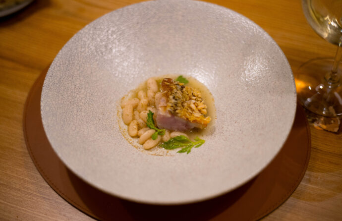 UNE TABLE ユヌ・ターブル ゆぬ・たーぶる フランス料理 惣菜 デリ 愛知県名古屋市西区八筋町107 ヴァカボンドで修行のオーナーシェフ 注目株 ワンオペ (株)富屋酒店 かぶしきがいしゃ とみやさけてん カブシキガイシャ トミヤサケテン TOMIYA SAKETEN 愛知県名古屋市瑞穂区上坂町1-41-2 地酒屋 豊盃 HOUHAI ほうはい ホーハイ 三浦酒造 MIURASHUZO日高見 ひたかみ ヒタカミ HITAKAMI 平孝酒造 HIRAKOSHUZO 天の戸 アマノト あまのと AMANOTO 浅舞酒造ASAMAISHUZO 飛露喜 HIROKISHUZOHONTEN 廣木酒造本店 HIROK 大那 DAINA ダイナ だいな 菊の里酒造 KIKUNOSATOSHUZO 旭興 KYOKUKO きょくこう キョクコウ 渡邉酒造 WATANABESHUZO 仙禽 SENKIN せんきん センキン(株)せんきん SENKIN鶴齢 カクレイ かくれい KAKUREI 青木酒造 AOKISHUZO謙信 ケンシン けんしん KENSHIN池田屋酒造 IKEDAYASHUZO 白岳仙 HAKUGAKUSEN ハクガクセン はくがくせん 安本酒造 YASUMOTOSHUZO 群馬泉 グンマイズミ ぐんまいずみ 島岡酒造 SHIMAOKASHUZO 喜久醉 きくよい キクヨイKIKUYOI 青島酒造 AOSHIMASHUZO 長珍 ちょうちん チョウチン長珍酒造CHOCHINSHUZO みねたからみりん 峯寳 味醂 一子相伝 ミネタカラ いっしそうでん イッシソウデン 小笠原味醂 OGASAWARA MIRIN
瀧自慢 たきじまん タキジマン 瀧自慢酒造 TAKIZIMANSHUZO 田光 TABIKA 早川酒造 HAYAKAWASHUZO 作 ZAKU ざく ザク 清水清三郎商店 SHIMIZUSEIZABUROSHOTEN 篠峯 櫛羅 しのみね シノミネ くじら クジラ 千代酒造 CHIYOSHUZO 雑賀 さいか サイカ 九重雑賀 KOKONOESAIKA 紀土 鶴梅 無量山 きっど キッド KID ツルウメ つるうめ TURUUME ムリョウザン むりょうざん MURYOZAN 平和酒造 HEIWASHUZO 蒼空 そうくう ソウクウ SÔKÛ 藤岡酒造 HUJIOKASHUZO 宝剣 HOUKEN 宝剣酒造 ほうけんしゅぞう ホウケンシュゾウ HOKENSHUZO 清酒竹鶴 小笹屋竹鶴 せいしゅたけつる セイシュタケツル おささやたけつる オササヤタケツル 竹鶴酒造 TAKETURUSHUZO
石鎚 いしづち イシヅチ 石鎚酒造 ISHIDUCHISHUZO 土佐しらぎく とさしらぎく トサシラギク 仙頭酒造場 せんとうしゅぞうじょう SENDOSHUZOZYO
ブルゴーニュワイン BOURGOGNE ボルドーワイン BORDEAUXカリフォルニアワイン CALIFORNIA シャンパーニュ SHAMPAGNEアルザスワイン ALSACE ドイツワイン WEIN GERMAN WINE 専門店 ライカM11 ズミルックス50 レンズ 代表 上田豊二 きき酒師 焼酎アドバイザー シャンパーニュシュヴァリエ 堀田駅より徒歩10分 熱田神宮駅より徒歩10分
市バス 牛巻より徒歩3分 地下鉄堀田駅より徒歩15分 名古屋高速堀田出口より車で2分 牛巻交差点より徒歩5分 レトロ街並み 瓦屋根 裏道 大通りより二本入る CLASSIC CARクラッシックカー CLASSIC BIKE クラッシックバイク INTERIA インテリア FASHION ファッション MUSIC 音楽 LOVE SAKE SHOP 酒屋
センス クリエイト おたく MANIAマニア MOVIE 映画 CINEMA シネマ 2024年春オープン予定 いいねタウン瑞穂 iiNE マルシェ内 グランクレア瑞穂 いいねタウン瑞穂 愛知県名古屋市瑞穂区宝田町四丁目2番、3番2 春敲町三丁目23番1(地番) 魚太郎 UOTARO MIZUHO うおたろう ウオタロウ なごやみずほてん ナゴヤミズホテン 名古屋瑞穂店 車で1分 徒歩5分 丸明 瑞穂店 MARUAKI MIZUHO マルアキ ミズホテン まるあき みずほてん 徒歩10分 車3分 焼肉 美奈登 ヤキニクミナト やきにくみなと YAKINIKU MINATO 車で2分 徒歩10分 どての品川 DOTENO SHINAGAWA ドテノシナガワ どてのしながわ 車で30秒 徒歩1分昇福亭 SHOHUKUTEI しょうふくてい ショウフクテイ 街中華 マニア 大盛り 個性派 車で5分 徒歩15分 名店 近くにたくさんあり 堀田バンザイ 牛巻バンザイ 名古屋のへそ
)富屋