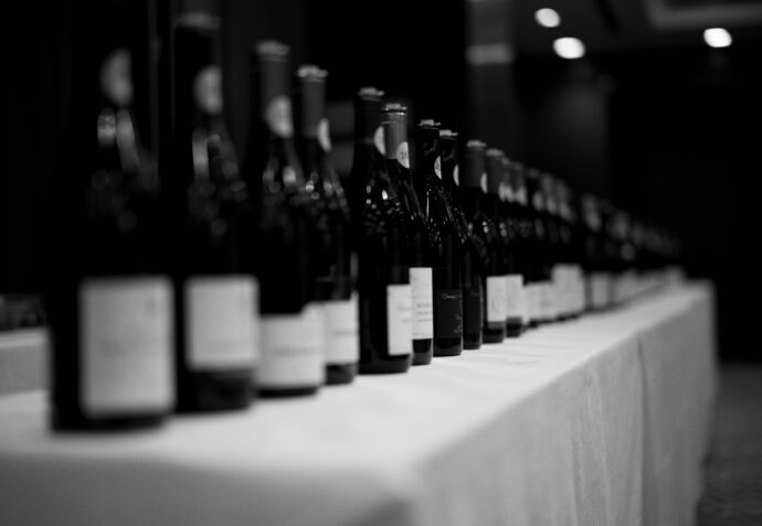 ヌーヴェルセレクション名古屋春の試飲会 ザ サイプレス メルキュールホテル名古屋 試飲会  2025年4月8日 火曜日 開催  THECYPRESSTHEMERCUREHOTEL NAGLOYA ぬーべるせれくしょん ざ さいぷれいす めるきゅれーる なごや （株）富屋酒店 かぶしきがいしゃ とみやさけてん カブシキガイシャ　トミヤサケテン TOMIYA SAKETEN 　愛知県名古屋市瑞穂区上坂町1-41-2　地酒屋　豊盃　HOUHAI ほうはい　ホーハイ　三浦酒造  MIURASHUZO日高見　ひたかみ　ヒタカミ HITAKAMI  平孝酒造　HIRAKOSHUZO 天の戸 アマノト　あまのと　AMANOTO　浅舞酒造 ASAMAISHUZO　飛露喜 HIROKISHUZOHONTEN　廣木酒造本店　HIROK　大那 DAINA　ダイナ　だいな　菊の里酒造　KIKUNOSATOSHUZO　旭興　KYOKUKO　きょくこう　キョクコウ　渡邉酒造　WATANABESHUZO　仙禽 SENKIN　せんきん　センキン（株）せんきん SENKIN鶴齢　カクレイ　かくれい KAKUREI　青木酒造　AOKISHUZO謙信 ケンシン　けんしん KENSHIN池田屋酒造 IKEDAYASHUZO 白岳仙 HAKUGAKUSEN　ハクガクセン　はくがくせん　安本酒造 YASUMOTOSHUZO 群馬泉 グンマイズミ　ぐんまいずみ 島岡酒造 SHIMAOKASHUZO  喜久醉 きくよい キクヨイKIKUYOI 青島酒造 AOSHIMASHUZO 長珍 ちょうちん　チョウチン長珍酒造CHOCHINSHUZO　みねたからみりん　峯寳 味醂　一子相伝 ミネタカラ　いっしそうでん　イッシソウデン　小笠原味醂 OGASAWARA MIRIN

瀧自慢　たきじまん　タキジマン　瀧自慢酒造　TAKIZIMANSHUZO　田光　TABIKA 早川酒造  HAYAKAWASHUZO　作　ZAKU ざく ザク 清水清三郎商店 SHIMIZUSEIZABUROSHOTEN  篠峯　櫛羅　しのみね　シノミネ　くじら　クジラ　千代酒造　CHIYOSHUZO　雑賀　さいか　サイカ　九重雑賀  KOKONOESAIKA　紀土　鶴梅　無量山　きっど　キッド　KID 　ツルウメ　つるうめ　TURUUME　ムリョウザン　むりょうざん　MURYOZAN　平和酒造　HEIWASHUZO　蒼空　そうくう　ソウクウ　SÔKÛ　藤岡酒造　HUJIOKASHUZO 　宝剣　HOUKEN  宝剣酒造　ほうけんしゅぞう　ホウケンシュゾウ　HOKENSHUZO　清酒竹鶴　小笹屋竹鶴　せいしゅたけつる　セイシュタケツル　おささやたけつる　オササヤタケツル　竹鶴酒造　TAKETURUSHUZO
石鎚　いしづち　イシヅチ　石鎚酒造　ISHIDUCHISHUZO　土佐しらぎく　とさしらぎく　トサシラギク　仙頭酒造場　せんとうしゅぞうじょう　SENDOSHUZOZYO　アルガブランカ　ARUGABURANKA勝沼醸造　KATUNUMAJÔZÔ　ドメーヌソガ　ソガ・ペール・エ・フィス SOGA PELE ET FIS　オブセワイナリー　OBUSEWINERY　ドメーヌタカヒコ　DOMAINE TAKAHIKO　クリサワブラン　KURISAWA BLANC　ナカザワワイナリー　NAKAZAWA WINERY　さつま寿　SATUMA KOTOBUKI 　尾込商店 OGOME SHOTEN  蔵の師魂 KURANOSHIKON  小正醸造　KOMASA ＪÔＺÔ　天狗櫻 TENGUSAKURA  白石酒蔵　SHIRAISHISHUZO  しま千両 SHIMASENRYO　高崎酒蔵  TAKASAKISHUZO  杜氏潤平　TOJIJUNPEI  小玉醸造  KODAMAJOZO  赤鹿毛　青鹿毛  AKAKAGE   AOKAGE　柳田酒蔵  YANAGIDASHUZO　舞香　MAIKA　泰明　TAIMEI　藤居醸造　HUZIIJÔＺÔ　池の露　特酎天草　IKENOTUYU  TOKUCHU  AMAKUSA　壱乃醸　飛乃流　朝日　ICHINOJO  HINORYU　ASAHI　朝日酒造　ASAHISHUZO　龍宮　RYUGU 富田酒造場　TOMITASHUZOJO　鳥飼 TORIKAI　鳥飼酒造　TORIKAISHUZO　極楽 GOIKURAKU　林酒造場 HAYASHISHUZOJO　屋久の島大自然林　酔麦香　YAKUNOSHIMA DAISHIZENRIN SUIBASKUKA　本坊酒造　HONBOSHUZO
金峰　金峰荒蘆過  KINPO　KINPOARAROKA　宇都酒造　UTOSHUZO　北谷長老　CHYATANCHÔＲÔ　北谷酒造　CHYATANSHUZO　山原くいな　YAMBARUKUINA　やんばる酒造　YAMBARUSHUZO　2024年春オープン予定 いいねタウン瑞穂 iiNE マルシェ内　グランクレア瑞穂 いいねタウン瑞穂  愛知県名古屋市瑞穂区宝田町四丁目2番、3番2　春敲町三丁目23番1（地番） 魚太郎　UOTARO MIZUHO うおたろう　ウオタロウ　なごやみずほてん　ナゴヤミズホテン　 名古屋瑞穂店  車で1分　徒歩5分　丸明 瑞穂店  MARUAKI MIZUHO　マルアキ ミズホテン　まるあき みずほてん　 徒歩10分　車3分　焼肉 美奈登  ヤキニクミナト　やきにくみなと YAKINIKU MINATO 車で2分　徒歩10分  どての品川　DOTENO SHINAGAWA　ドテノシナガワ　どてのしながわ　車で30秒　徒歩1分昇福亭　SHOHUKUTEI しょうふくてい　ショウフクテイ 街中華　マニア　大盛り　個性派  車で5分　徒歩15分  名店 近くにたくさんあり　堀田バンザイ　牛巻バンザイ　名古屋のへそ


