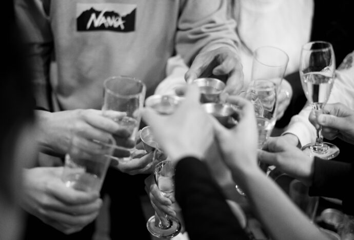白岳仙　安本酒造有限会社　福井県福井市安原町7ノ4　HAKUGAKUSENN　
ハクガクセン　はくがくせん　嘉永六年創業　純米吟醸　荒走　ARABASHIRI　
荒走り　アラバシリ　あらばしり　新酒　搾立　SHIBORITATE　極走
雫　SHIZUKU　シズク　しずく　路考　ROKOU　濡烏　NUREKARASU
　レア　希少　60本のみの生産　富屋SPECIAL
純米大吟醸　クロガネ　黒鉄の雫取り　富屋酒店発案　全国3件のみの取り扱い
ゴクバシリ　ごくばしり　GOKUBASHIRI　無濾過生原酒　アルコール度数15度
HGS-02　HGS-01　自社酵母　福井県大野産　五百万石　吟のさと　酒造好適米
シボリタテ　しぼりたて　ピチピチ　離　HANARE　はなれ　ハナレ
黒鉄　KUROGANE　クロガネ　くろがね　真紅　SHINKU　シンク　しんく
白練　SHIRONERI　シロネリ　しろねり　路考　ROKOU　ロコウ　ろこう
越前カニ　解禁日　11月8日　日本を誇るブランドかに　希少　限定　レア
登録有形文化財指定蔵　SINCE1853　安本岳史　蔵元　杜氏　手造り　拘り
白岳仙専用ティスティンググラス495ｍｌ　スロバキア産　専用コースター
名古屋　唯一特約店　トミヤオリジナル　五百万石　福井県　契約栽培米
KURA MASTER 2023 GOLD MEDAL初エントリー初受賞作品。ストレートに抜ける品格と美しき質感が心に沁みる。「白岳仙　HAKUGAKUSEN　純米吟醸　＜冷卸　HIYAOROSHI＞　2023」＜吟のさと＞が表現する しなやかさと洗練させた味わいが魅力 「白岳仙   HAKUGAKUSEN   純米吟醸　＜秋上 AKIAGARI＞  2023」＜吟のさと＞が表現する しなやかさと洗練させた味わいが魅力 「白岳仙   HAKUGAKUSEN   純米吟醸　＜秋上 AKIAGARI＞   2023」福井が誇る最高ブランド「越前かに」の11月6日の解禁に合わせ 本日解禁  この落ち着き感と透明感  アラバシリの粋を越えたクオリティ 「白岳仙   HAKUGAKUSEN   純米吟醸   ＜荒走  ARABASHIRI＞  R5BY」
（株）富屋酒店 かぶしきがいしゃ とみやさけてん カブシキガイシャ　トミヤサケテン TOMIYA SAKETEN 　愛知県名古屋市瑞穂区上坂町1-41-2　地酒屋　豊盃　HOUHAI ほうはい　ホーハイ　三浦酒造  MIURASHUZO日高見　ひたかみ　ヒタカミ HITAKAMI  平孝酒造　HIRAKOSHUZO 天の戸 アマノト　あまのと　AMANOTO　浅舞酒造 ASAMAISHUZO　飛露喜 HIROKISHUZOHONTEN　廣木酒造本店　HIROK　大那 DAINA　ダイナ　だいな　菊の里酒造　KIKUNOSATOSHUZO　旭興　KYOKUKO　きょくこう　キョクコウ　渡邉酒造　WATANABESHUZO　仙禽 SENKIN　せんきん　センキン（株）せんきん SENKIN鶴齢　カクレイ　かくれい KAKUREI　青木酒造　AOKISHUZO謙信 ケンシン　けんしん KENSHIN池田屋酒造 IKEDAYASHUZO 白岳仙 HAKUGAKUSEN　ハクガクセン　はくがくせん　安本酒造 YASUMOTOSHUZO 群馬泉 グンマイズミ　ぐんまいずみ 島岡酒造 SHIMAOKASHUZO  喜久醉 きくよい キクヨイKIKUYOI 青島酒造 AOSHIMASHUZO 長珍 ちょうちん　チョウチン長珍酒造CHOCHINSHUZO　みねたからみりん　峯寳 味醂　一子相伝 ミネタカラ　いっしそうでん　イッシソウデン　小笠原味醂 OGASAWARA MIRIN

瀧自慢　たきじまん　タキジマン　瀧自慢酒造　TAKIZIMANSHUZO　田光　TABIKA 早川酒造  HAYAKAWASHUZO　作　ZAKU ざく ザク 清水清三郎商店 SHIMIZUSEIZABUROSHOTEN  篠峯　櫛羅　しのみね　シノミネ　くじら　クジラ　千代酒造　CHIYOSHUZO　雑賀　さいか　サイカ　九重雑賀  KOKONOESAIKA　紀土　鶴梅　無量山　きっど　キッド　KID 　ツルウメ　つるうめ　TURUUME　ムリョウザン　むりょうざん　MURYOZAN　平和酒造　HEIWASHUZO　蒼空　そうくう　ソウクウ　SÔKÛ　藤岡酒造　HUJIOKASHUZO 　宝剣　HOUKEN  宝剣酒造　ほうけんしゅぞう　ホウケンシュゾウ　HOKENSHUZO　清酒竹鶴　小笹屋竹鶴　せいしゅたけつる　セイシュタケツル　おささやたけつる　オササヤタケツル　竹鶴酒造　TAKETURUSHUZO
石鎚　いしづち　イシヅチ　石鎚酒造　ISHIDUCHISHUZO　土佐しらぎく　とさしらぎく　トサシラギク　仙頭酒造場　せんとうしゅぞうじょう　SENDOSHUZOZYO　アルガブランカ　ARUGABURANKA勝沼醸造　KATUNUMAJÔZÔ　ドメーヌソガ　ソガ・ペール・エ・フィス SOGA PELE ET FIS　オブセワイナリー　OBUSEWINERY　ドメーヌタカヒコ　DOMAINE TAKAHIKO　クリサワブラン　KURISAWA BLANC　ナカザワワイナリー　NAKAZAWA WINERY　さつま寿　SATUMA KOTOBUKI 　尾込商店 OGOME SHOTEN  蔵の師魂 KURANOSHIKON  小正醸造　KOMASA ＪÔＺÔ　天狗櫻 TENGUSAKURA  白石酒蔵　SHIRAISHISHUZO  しま千両 SHIMASENRYO　高崎酒蔵  TAKASAKISHUZO  杜氏潤平　TOJIJUNPEI  小玉醸造  KODAMAJOZO  赤鹿毛　青鹿毛  AKAKAGE   AOKAGE　柳田酒蔵  YANAGIDASHUZO　舞香　MAIKA　泰明　TAIMEI　藤居醸造　HUZIIJÔＺÔ　池の露　特酎天草　IKENOTUYU  TOKUCHU  AMAKUSA　壱乃醸　飛乃流　朝日　ICHINOJO  HINORYU　ASAHI　朝日酒造　ASAHISHUZO　龍宮　RYUGU 富田酒造場　TOMITASHUZOJO　鳥飼 TORIKAI　鳥飼酒造　TORIKAISHUZO　極楽 GOIKURAKU　林酒造場 HAYASHISHUZOJO　屋久の島大自然林　酔麦香　YAKUNOSHIMA DAISHIZENRIN SUIBASKUKA　本坊酒造　HONBOSHUZO
金峰　金峰荒蘆過  KINPO　KINPOARAROKA　宇都酒造　UTOSHUZO　北谷長老　CHYATANCHÔＲÔ　北谷酒造　CHYATANSHUZO　山原くいな　YAMBARUKUINA　やんばる酒造　YAMBARUSHUZO　2024年春オープン予定 いいねタウン瑞穂 iiNE マルシェ内　グランクレア瑞穂 いいねタウン瑞穂  愛知県名古屋市瑞穂区宝田町四丁目2番、3番2　春敲町三丁目23番1（地番） 魚太郎　UOTARO MIZUHO うおたろう　ウオタロウ　なごやみずほてん　ナゴヤミズホテン　 名古屋瑞穂店  車で1分　徒歩5分　丸明 瑞穂店  MARUAKI MIZUHO　マルアキ ミズホテン　まるあき みずほてん　 徒歩10分　車3分　焼肉 美奈登  ヤキニクミナト　やきにくみなと YAKINIKU MINATO 車で2分　徒歩10分  どての品川　DOTENO SHINAGAWA　ドテノシナガワ　どてのしながわ　車で30秒　徒歩1分昇福亭　SHOHUKUTEI しょうふくてい　ショウフクテイ 街中華　マニア　大盛り　個性派  車で5分　徒歩15分  名店 近くにたくさんあり　堀このシルキーさ そしてエアリーさ さらなるクオリティアップな作品  「白岳仙   HAKUGAKUSEN   純米大吟醸   ＜黒鉄  生酒  KUROGANE  UNFILTER＞  R5BY」田バンザイ　牛巻バンザイ　名古屋のへそ今期も改良を重ね さらなる領域の辛口純米を表現 「白岳仙   HAKUGAKUSEN  辛口純米  ＜真紅  SHINKU＞ 無濾過生酒  R5BY」品格と美しき桜のイメージを表現する極上の作品 「白岳仙  HAKUGAKUSEN   純米吟醸  ＜桜鼠  SAKURANEZU＞  R5BY＞」