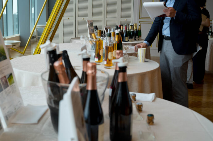 ヴァンパッション シィヤンパーニュ インデント試飲会  2025年5月28日（水） VAN PASSION The33 Tea＆Bar Terrace  大阪府大阪市北区梅田2-4-9 ブリーゼブリーゼ33階  ジャクソン JACQUESSON cuvee748 cuvvee743 Degorgement Tradif  エヴリ・ウーリエ Egly‐Ouriet 
（株）富屋酒店 かぶしきがいしゃ とみやさけてん カブシキガイシャ　トミヤサケテン TOMIYA SAKETEN 　愛知県名古屋市瑞穂区上坂町1-41-2　地酒屋　豊盃　HOUHAI ほうはい　ホーハイ　三浦酒造  MIURASHUZO日高見　ひたかみ　ヒタカミ HITAKAMI  平孝酒造　HIRAKOSHUZO 天の戸 アマノト　あまのと　AMANOTO　浅舞酒造ASAMAISHUZO　飛露喜 HIROKISHUZOHONTEN　廣木酒造本店　HIROK　大那 DAINA　ダイナ　だいな　菊の里酒造　KIKUNOSATOSHUZO　旭興　KYOKUKO　きょくこう　キョクコウ　渡邉酒造　WATANABESHUZO　仙禽 SENKIN　せんきん　センキン（株）せんきん SENKIN鶴齢　カクレイ　かくれい KAKUREI　青木酒造　AOKISHUZO謙信 ケンシン　けんしん KENSHIN池田屋酒造 IKEDAYASHUZO 白岳仙 HAKUGAKUSEN　ハクガクセン　はくがくせん　安本酒造 YASUMOTOSHUZO 群馬泉 グンマイズミ　ぐんまいずみ 島岡酒造 SHIMAOKASHUZO  喜久醉 きくよい キクヨイKIKUYOI 青島酒造 AOSHIMASHUZO 長珍 ちょうちん　チョウチン長珍酒造CHOCHINSHUZO　みねたからみりん　峯寳 味醂　一子相伝 ミネタカラ　いっしそうでん　イッシソウデン　小笠原味醂 OGASAWARA MIRIN

瀧自慢　たきじまん　タキジマン　瀧自慢酒造　TAKIZIMANSHUZO　田光　TABIKA 早川酒造  HAYAKAWASHUZO　作　ZAKU ざく ザク 清水清三郎商店 SHIMIZUSEIZABUROSHOTEN  篠峯　櫛羅　しのみね　シノミネ　くじら　クジラ　千代酒造　CHIYOSHUZO　雑賀　さいか　サイカ　九重雑賀  KOKONOESAIKA　紀土　鶴梅　無量山　きっど　キッド　KID 　ツルウメ　つるうめ　TURUUME　ムリョウザン　むりょうざん　MURYOZAN　平和酒造　HEIWASHUZO　蒼空　そうくう　ソウクウ　SÔKÛ　藤岡酒造　HUJIOKASHUZO 　宝剣　HOUKEN  宝剣酒造　ほうけんしゅぞう　ホウケンシュゾウ　HOKENSHUZO　清酒竹鶴　小笹屋竹鶴　せいしゅたけつる　セイシュタケツル　おささやたけつる　オササヤタケツル　竹鶴酒造　TAKETURUSHUZO
石鎚　いしづち　イシヅチ　石鎚酒造　ISHIDUCHISHUZO　土佐しらぎく　とさしらぎく　トサシラギク　仙頭酒造場　せんとうしゅぞうじょう　SENDOSHUZOZYO
　
 ブルゴーニュワイン　BOURGOGNE  ボルドーワイン　BORDEAUXカリフォルニアワイン CALIFORNIA  シャンパーニュ  SHAMPAGNEアルザスワイン ALSACE ドイツワイン WEIN GERMAN WINE 専門店　ライカM11　ズミルックス50　レンズ　代表　上田豊二　　きき酒師　焼酎アドバイザー　シャンパーニュシュヴァリエ　堀田駅より徒歩10分　熱田神宮駅より徒歩10分
市バス　牛巻より徒歩３分　地下鉄堀田駅より徒歩１５分　名古屋高速堀田出口より車で２分　牛巻交差点より徒歩５分　レトロ街並み　瓦屋根　裏道　大通りより二本入る　CLASSIC CARクラッシックカー CLASSIC BIKE　クラッシックバイク INTERIA　インテリア　　FASHION　ファッション　MUSIC　音楽　LOVE　SAKE SHOP　酒屋
センス　クリエイト　おたく　　MANIAマニア MOVIE　映画　CINEMA シネマ　2024年春オープン予定 いいねタウン瑞穂 iiNE マルシェ内　グランクレア瑞穂 いいねタウン瑞穂  愛知県名古屋市瑞穂区宝田町四丁目2番、3番2　春敲町三丁目23番1（地番） 魚太郎　UOTARO MIZUHO うおたろう　ウオタロウ　なごやみずほてん　ナゴヤミズホテン　 名古屋瑞穂店  車で1分　徒歩5分　丸明 瑞穂店  MARUAKI MIZUHO　マルアキ ミズホテン　まるあき みずほてん　 徒歩10分　車3分　焼肉 美奈登  ヤキニクミナト　やきにくみなと YAKINIKU MINATO 車で2分　徒歩10分  どての品川　DOTENO SHINAGAWA　ドテノシナガワ　どてのしながわ　車で30秒　徒歩1分昇福亭　SHOHUKUTEI しょうふくてい　ショウフクテイ 街中華　マニア　大盛り　個性派  車で5分　徒歩15分  名店 近くにたくさんあり　堀田バンザイ　牛巻バンザイ　名古屋のへそ


