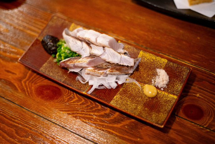 白岳仙　安本酒造有限会社　福井県福井市安原町7ノ4　HAKUGAKUSENN　
ハクガクセン　はくがくせん　嘉永六年創業　純米吟醸　荒走　ARABASHIRI　
荒走り　アラバシリ　あらばしり　新酒　搾立　SHIBORITATE　極走
雫　SHIZUKU　シズク　しずく　路考　ROKOU　濡烏　NUREKARASU
　レア　希少　60本のみの生産　富屋SPECIAL
純米大吟醸　クロガネ　黒鉄の雫取り　富屋酒店発案　全国3件のみの取り扱い
ゴクバシリ　ごくばしり　GOKUBASHIRI　無濾過生原酒　アルコール度数15度
HGS-02　HGS-01　自社酵母　福井県大野産　五百万石　吟のさと　酒造好適米
シボリタテ　しぼりたて　ピチピチ　離　HANARE　はなれ　ハナレ
黒鉄　KUROGANE　クロガネ　くろがね　真紅　SHINKU　シンク　しんく
白練　SHIRONERI　シロネリ　しろねり　路考　ROKOU　ロコウ　ろこう
越前カニ　解禁日　11月8日　日本を誇るブランドかに　希少　限定　レア
登録有形文化財指定蔵　SINCE1853　安本岳史　蔵元　杜氏　手造り　拘り
白岳仙専用ティスティンググラス495ｍｌ　スロバキア産　専用コースター
名古屋　唯一特約店　トミヤオリジナル　五百万石　福井県　契約栽培米
KURA MASTER 2023 GOLD MEDAL初エントリー初受賞作品。ストレートに抜ける品格と美しき質感が心に沁みる。「白岳仙　HAKUGAKUSEN　純米吟醸　＜冷卸　HIYAOROSHI＞　2023」＜吟のさと＞が表現する しなやかさと洗練させた味わいが魅力 「白岳仙   HAKUGAKUSEN   純米吟醸　＜秋上 AKIAGARI＞  2023」＜吟のさと＞が表現する しなやかさと洗練させた味わいが魅力 「白岳仙   HAKUGAKUSEN   純米吟醸　＜秋上 AKIAGARI＞   2023」福井が誇る最高ブランド「越前かに」の11月6日の解禁に合わせ 本日解禁  この落ち着き感と透明感  アラバシリの粋を越えたクオリティ 「白岳仙   HAKUGAKUSEN   純米吟醸   ＜荒走  ARABASHIRI＞  R5BY」
（株）富屋酒店 かぶしきがいしゃ とみやさけてん カブシキガイシャ　トミヤサケテン TOMIYA SAKETEN 　愛知県名古屋市瑞穂区上坂町1-41-2　地酒屋　豊盃　HOUHAI ほうはい　ホーハイ　三浦酒造  MIURASHUZO日高見　ひたかみ　ヒタカミ HITAKAMI  平孝酒造　HIRAKOSHUZO 天の戸 アマノト　あまのと　AMANOTO　浅舞酒造 ASAMAISHUZO　飛露喜 HIROKISHUZOHONTEN　廣木酒造本店　HIROK　大那 DAINA　ダイナ　だいな　菊の里酒造　KIKUNOSATOSHUZO　旭興　KYOKUKO　きょくこう　キョクコウ　渡邉酒造　WATANABESHUZO　仙禽 SENKIN　せんきん　センキン（株）せんきん SENKIN鶴齢　カクレイ　かくれい KAKUREI　青木酒造　AOKISHUZO謙信 ケンシン　けんしん KENSHIN池田屋酒造 IKEDAYASHUZO 白岳仙 HAKUGAKUSEN　ハクガクセン　はくがくせん　安本酒造 YASUMOTOSHUZO 群馬泉 グンマイズミ　ぐんまいずみ 島岡酒造 SHIMAOKASHUZO  喜久醉 きくよい キクヨイKIKUYOI 青島酒造 AOSHIMASHUZO 長珍 ちょうちん　チョウチン長珍酒造CHOCHINSHUZO　みねたからみりん　峯寳 味醂　一子相伝 ミネタカラ　いっしそうでん　イッシソウデン　小笠原味醂 OGASAWARA MIRIN

瀧自慢　たきじまん　タキジマン　瀧自慢酒造　TAKIZIMANSHUZO　田光　TABIKA 早川酒造  HAYAKAWASHUZO　作　ZAKU ざく ザク 清水清三郎商店 SHIMIZUSEIZABUROSHOTEN  篠峯　櫛羅　しのみね　シノミネ　くじら　クジラ　千代酒造　CHIYOSHUZO　雑賀　さいか　サイカ　九重雑賀  KOKONOESAIKA　紀土　鶴梅　無量山　きっど　キッド　KID 　ツルウメ　つるうめ　TURUUME　ムリョウザン　むりょうざん　MURYOZAN　平和酒造　HEIWASHUZO　蒼空　そうくう　ソウクウ　SÔKÛ　藤岡酒造　HUJIOKASHUZO 　宝剣　HOUKEN  宝剣酒造　ほうけんしゅぞう　ホウケンシュゾウ　HOKENSHUZO　清酒竹鶴　小笹屋竹鶴　せいしゅたけつる　セイシュタケツル　おささやたけつる　オササヤタケツル　竹鶴酒造　TAKETURUSHUZO
石鎚　いしづち　イシヅチ　石鎚酒造　ISHIDUCHISHUZO　土佐しらぎく　とさしらぎく　トサシラギク　仙頭酒造場　せんとうしゅぞうじょう　SENDOSHUZOZYO　アルガブランカ　ARUGABURANKA勝沼醸造　KATUNUMAJÔZÔ　ドメーヌソガ　ソガ・ペール・エ・フィス SOGA PELE ET FIS　オブセワイナリー　OBUSEWINERY　ドメーヌタカヒコ　DOMAINE TAKAHIKO　クリサワブラン　KURISAWA BLANC　ナカザワワイナリー　NAKAZAWA WINERY　さつま寿　SATUMA KOTOBUKI 　尾込商店 OGOME SHOTEN  蔵の師魂 KURANOSHIKON  小正醸造　KOMASA ＪÔＺÔ　天狗櫻 TENGUSAKURA  白石酒蔵　SHIRAISHISHUZO  しま千両 SHIMASENRYO　高崎酒蔵  TAKASAKISHUZO  杜氏潤平　TOJIJUNPEI  小玉醸造  KODAMAJOZO  赤鹿毛　青鹿毛  AKAKAGE   AOKAGE　柳田酒蔵  YANAGIDASHUZO　舞香　MAIKA　泰明　TAIMEI　藤居醸造　HUZIIJÔＺÔ　池の露　特酎天草　IKENOTUYU  TOKUCHU  AMAKUSA　壱乃醸　飛乃流　朝日　ICHINOJO  HINORYU　ASAHI　朝日酒造　ASAHISHUZO　龍宮　RYUGU 富田酒造場　TOMITASHUZOJO　鳥飼 TORIKAI　鳥飼酒造　TORIKAISHUZO　極楽 GOIKURAKU　林酒造場 HAYASHISHUZOJO　屋久の島大自然林　酔麦香　YAKUNOSHIMA DAISHIZENRIN SUIBASKUKA　本坊酒造　HONBOSHUZO
金峰　金峰荒蘆過  KINPO　KINPOARAROKA　宇都酒造　UTOSHUZO　北谷長老　CHYATANCHÔＲÔ　北谷酒造　CHYATANSHUZO　山原くいな　YAMBARUKUINA　やんばる酒造　YAMBARUSHUZO　2024年春オープン予定 いいねタウン瑞穂 iiNE マルシェ内　グランクレア瑞穂 いいねタウン瑞穂  愛知県名古屋市瑞穂区宝田町四丁目2番、3番2　春敲町三丁目23番1（地番） 魚太郎　UOTARO MIZUHO うおたろう　ウオタロウ　なごやみずほてん　ナゴヤミズホテン　 名古屋瑞穂店  車で1分　徒歩5分　丸明 瑞穂店  MARUAKI MIZUHO　マルアキ ミズホテン　まるあき みずほてん　 徒歩10分　車3分　焼肉 美奈登  ヤキニクミナト　やきにくみなと YAKINIKU MINATO 車で2分　徒歩10分  どての品川　DOTENO SHINAGAWA　ドテノシナガワ　どてのしながわ　車で30秒　徒歩1分昇福亭　SHOHUKUTEI しょうふくてい　ショウフクテイ 街中華　マニア　大盛り　個性派  車で5分　徒歩15分  名店 近くにたくさんあり　堀このシルキーさ そしてエアリーさ さらなるクオリティアップな作品  「白岳仙   HAKUGAKUSEN   純米大吟醸   ＜黒鉄  生酒  KUROGANE  UNFILTER＞  R5BY」田バンザイ　牛巻バンザイ　名古屋のへそ今期も改良を重ね さらなる領域の辛口純米を表現 「白岳仙   HAKUGAKUSEN  辛口純米  ＜真紅  SHINKU＞ 無濾過生酒  R5BY」品格と美しき桜のイメージを表現する極上の作品 「白岳仙  HAKUGAKUSEN   純米吟醸  ＜桜鼠  SAKURANEZU＞  R5BY＞」