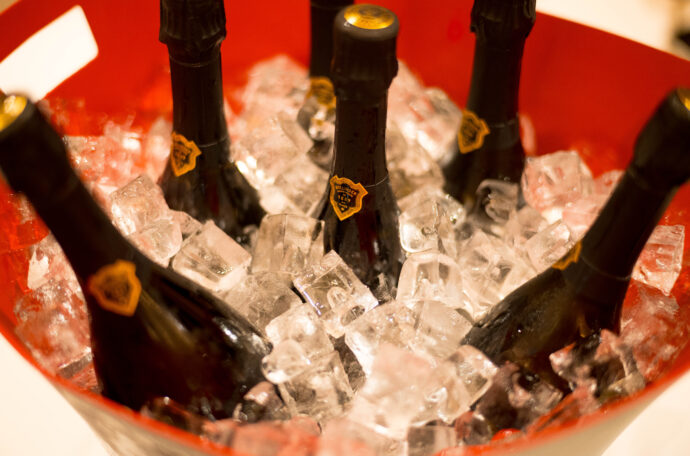 BOLLINGER MASTER SEMINR IN NAGOYA THE CONDER HOUSE ボレンジェ マスター セミナー ザ　コンダー ハウス  愛知県名古屋市中区錦2丁目20-25  2025年6月11日開催  PN VZ19 PN AYC18 LA COTE 
AUX ENFANTS 13  ラ・コート・オー・ザンファン  シャンーパニュ  
（株）富屋酒店 かぶしきがいしゃ とみやさけてん カブシキガイシャ　トミヤサケテン TOMIYA SAKETEN 　愛知県名古屋市瑞穂区上坂町1-41-2　地酒屋　豊盃　HOUHAI ほうはい　ホーハイ　三浦酒造  MIURASHUZO日高見　ひたかみ　ヒタカミ HITAKAMI  平孝酒造　HIRAKOSHUZO 天の戸 アマノト　あまのと　AMANOTO　浅舞酒造ASAMAISHUZO　飛露喜 HIROKISHUZOHONTEN　廣木酒造本店　HIROK　大那 DAINA　ダイナ　だいな　菊の里酒造　KIKUNOSATOSHUZO　旭興　KYOKUKO　きょくこう　キョクコウ　渡邉酒造　WATANABESHUZO　仙禽 SENKIN　せんきん　センキン（株）せんきん SENKIN鶴齢　カクレイ　かくれい KAKUREI　青木酒造　AOKISHUZO謙信 ケンシン　けんしん KENSHIN池田屋酒造 IKEDAYASHUZO 白岳仙 HAKUGAKUSEN　ハクガクセン　はくがくせん　安本酒造 YASUMOTOSHUZO 群馬泉 グンマイズミ　ぐんまいずみ 島岡酒造 SHIMAOKASHUZO  喜久醉 きくよい キクヨイKIKUYOI 青島酒造 AOSHIMASHUZO 長珍 ちょうちん　チョウチン長珍酒造CHOCHINSHUZO　みねたからみりん　峯寳 味醂　一子相伝 ミネタカラ　いっしそうでん　イッシソウデン　小笠原味醂 OGASAWARA MIRIN

瀧自慢　たきじまん　タキジマン　瀧自慢酒造　TAKIZIMANSHUZO　田光　TABIKA 早川酒造  HAYAKAWASHUZO　作　ZAKU ざく ザク 清水清三郎商店 SHIMIZUSEIZABUROSHOTEN  篠峯　櫛羅　しのみね　シノミネ　くじら　クジラ　千代酒造　CHIYOSHUZO　雑賀　さいか　サイカ　九重雑賀  KOKONOESAIKA　紀土　鶴梅　無量山　きっど　キッド　KID 　ツルウメ　つるうめ　TURUUME　ムリョウザン　むりょうざん　MURYOZAN　平和酒造　HEIWASHUZO　蒼空　そうくう　ソウクウ　SÔKÛ　藤岡酒造　HUJIOKASHUZO 　宝剣　HOUKEN  宝剣酒造　ほうけんしゅぞう　ホウケンシュゾウ　HOKENSHUZO　清酒竹鶴　小笹屋竹鶴　せいしゅたけつる　セイシュタケツル　おささやたけつる　オササヤタケツル　竹鶴酒造　TAKETURUSHUZO
石鎚　いしづち　イシヅチ　石鎚酒造　ISHIDUCHISHUZO　土佐しらぎく　とさしらぎく　トサシラギク　仙頭酒造場　せんとうしゅぞうじょう　SENDOSHUZOZYO
　
 ブルゴーニュワイン　BOURGOGNE  ボルドーワイン　BORDEAUXカリフォルニアワイン CALIFORNIA  シャンパーニュ  SHAMPAGNEアルザスワイン ALSACE ドイツワイン WEIN GERMAN WINE 専門店　ライカM11　ズミルックス50　レンズ　代表　上田豊二　　きき酒師　焼酎アドバイザー　シャンパーニュシュヴァリエ　堀田駅より徒歩10分　熱田神宮駅より徒歩10分
市バス　牛巻より徒歩３分　地下鉄堀田駅より徒歩１５分　名古屋高速堀田出口より車で２分　牛巻交差点より徒歩５分　レトロ街並み　瓦屋根　裏道　大通りより二本入る　CLASSIC CARクラッシックカー CLASSIC BIKE　クラッシックバイク INTERIA　インテリア　　FASHION　ファッション　MUSIC　音楽　LOVE　SAKE SHOP　酒屋
センス　クリエイト　おたく　　MANIAマニア MOVIE　映画　CINEMA シネマ　2024年春オープン予定 いいねタウン瑞穂 iiNE マルシェ内　グランクレア瑞穂 いいねタウン瑞穂  愛知県名古屋市瑞穂区宝田町四丁目2番、3番2　春敲町三丁目23番1（地番） 魚太郎　UOTARO MIZUHO うおたろう　ウオタロウ　なごやみずほてん　ナゴヤミズホテン　 名古屋瑞穂店  車で1分　徒歩5分　丸明 瑞穂店  MARUAKI MIZUHO　マルアキ ミズホテン　まるあき みずほてん　 徒歩10分　車3分　焼肉 美奈登  ヤキニクミナト　やきにくみなと YAKINIKU MINATO 車で2分　徒歩10分  どての品川　DOTENO SHINAGAWA　ドテノシナガワ　どてのしながわ　車で30秒　徒歩1分昇福亭　SHOHUKUTEI しょうふくてい　ショウフクテイ 街中華　マニア　大盛り　個性派  車で5分　徒歩15分  名店 近くにたくさんあり　堀田バンザイ　牛巻バンザイ　名古屋のへそ



