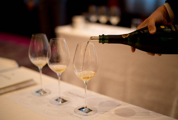 BOLLINGER MASTER SEMINR IN NAGOYA THE CONDER HOUSE ボレンジェ マスター セミナー ザ　コンダー ハウス  愛知県名古屋市中区錦2丁目20-25  2025年6月11日開催  PN VZ19 PN AYC18 LA COTE 
AUX ENFANTS 13  ラ・コート・オー・ザンファン  シャンーパニュ  
（株）富屋酒店 かぶしきがいしゃ とみやさけてん カブシキガイシャ　トミヤサケテン TOMIYA SAKETEN 　愛知県名古屋市瑞穂区上坂町1-41-2　地酒屋　豊盃　HOUHAI ほうはい　ホーハイ　三浦酒造  MIURASHUZO日高見　ひたかみ　ヒタカミ HITAKAMI  平孝酒造　HIRAKOSHUZO 天の戸 アマノト　あまのと　AMANOTO　浅舞酒造ASAMAISHUZO　飛露喜 HIROKISHUZOHONTEN　廣木酒造本店　HIROK　大那 DAINA　ダイナ　だいな　菊の里酒造　KIKUNOSATOSHUZO　旭興　KYOKUKO　きょくこう　キョクコウ　渡邉酒造　WATANABESHUZO　仙禽 SENKIN　せんきん　センキン（株）せんきん SENKIN鶴齢　カクレイ　かくれい KAKUREI　青木酒造　AOKISHUZO謙信 ケンシン　けんしん KENSHIN池田屋酒造 IKEDAYASHUZO 白岳仙 HAKUGAKUSEN　ハクガクセン　はくがくせん　安本酒造 YASUMOTOSHUZO 群馬泉 グンマイズミ　ぐんまいずみ 島岡酒造 SHIMAOKASHUZO  喜久醉 きくよい キクヨイKIKUYOI 青島酒造 AOSHIMASHUZO 長珍 ちょうちん　チョウチン長珍酒造CHOCHINSHUZO　みねたからみりん　峯寳 味醂　一子相伝 ミネタカラ　いっしそうでん　イッシソウデン　小笠原味醂 OGASAWARA MIRIN

瀧自慢　たきじまん　タキジマン　瀧自慢酒造　TAKIZIMANSHUZO　田光　TABIKA 早川酒造  HAYAKAWASHUZO　作　ZAKU ざく ザク 清水清三郎商店 SHIMIZUSEIZABUROSHOTEN  篠峯　櫛羅　しのみね　シノミネ　くじら　クジラ　千代酒造　CHIYOSHUZO　雑賀　さいか　サイカ　九重雑賀  KOKONOESAIKA　紀土　鶴梅　無量山　きっど　キッド　KID 　ツルウメ　つるうめ　TURUUME　ムリョウザン　むりょうざん　MURYOZAN　平和酒造　HEIWASHUZO　蒼空　そうくう　ソウクウ　SÔKÛ　藤岡酒造　HUJIOKASHUZO 　宝剣　HOUKEN  宝剣酒造　ほうけんしゅぞう　ホウケンシュゾウ　HOKENSHUZO　清酒竹鶴　小笹屋竹鶴　せいしゅたけつる　セイシュタケツル　おささやたけつる　オササヤタケツル　竹鶴酒造　TAKETURUSHUZO
石鎚　いしづち　イシヅチ　石鎚酒造　ISHIDUCHISHUZO　土佐しらぎく　とさしらぎく　トサシラギク　仙頭酒造場　せんとうしゅぞうじょう　SENDOSHUZOZYO
　
 ブルゴーニュワイン　BOURGOGNE  ボルドーワイン　BORDEAUXカリフォルニアワイン CALIFORNIA  シャンパーニュ  SHAMPAGNEアルザスワイン ALSACE ドイツワイン WEIN GERMAN WINE 専門店　ライカM11　ズミルックス50　レンズ　代表　上田豊二　　きき酒師　焼酎アドバイザー　シャンパーニュシュヴァリエ　堀田駅より徒歩10分　熱田神宮駅より徒歩10分
市バス　牛巻より徒歩３分　地下鉄堀田駅より徒歩１５分　名古屋高速堀田出口より車で２分　牛巻交差点より徒歩５分　レトロ街並み　瓦屋根　裏道　大通りより二本入る　CLASSIC CARクラッシックカー CLASSIC BIKE　クラッシックバイク INTERIA　インテリア　　FASHION　ファッション　MUSIC　音楽　LOVE　SAKE SHOP　酒屋
センス　クリエイト　おたく　　MANIAマニア MOVIE　映画　CINEMA シネマ　2024年春オープン予定 いいねタウン瑞穂 iiNE マルシェ内　グランクレア瑞穂 いいねタウン瑞穂  愛知県名古屋市瑞穂区宝田町四丁目2番、3番2　春敲町三丁目23番1（地番） 魚太郎　UOTARO MIZUHO うおたろう　ウオタロウ　なごやみずほてん　ナゴヤミズホテン　 名古屋瑞穂店  車で1分　徒歩5分　丸明 瑞穂店  MARUAKI MIZUHO　マルアキ ミズホテン　まるあき みずほてん　 徒歩10分　車3分　焼肉 美奈登  ヤキニクミナト　やきにくみなと YAKINIKU MINATO 車で2分　徒歩10分  どての品川　DOTENO SHINAGAWA　ドテノシナガワ　どてのしながわ　車で30秒　徒歩1分昇福亭　SHOHUKUTEI しょうふくてい　ショウフクテイ 街中華　マニア　大盛り　個性派  車で5分　徒歩15分  名店 近くにたくさんあり　堀田バンザイ　牛巻バンザイ　名古屋のへそ



