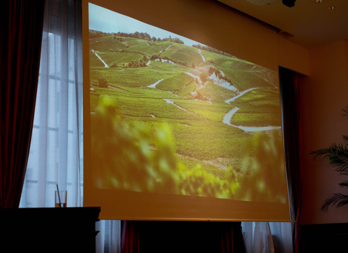BOLLINGER MASTER SEMINR IN NAGOYA THE CONDER HOUSE ボレンジェ マスター セミナー ザ　コンダー ハウス  愛知県名古屋市中区錦2丁目20-25  2025年6月11日開催  PN VZ19 PN AYC18 LA COTE 
AUX ENFANTS 13  ラ・コート・オー・ザンファン  シャンーパニュ  
（株）富屋酒店 かぶしきがいしゃ とみやさけてん カブシキガイシャ　トミヤサケテン TOMIYA SAKETEN 　愛知県名古屋市瑞穂区上坂町1-41-2　地酒屋　豊盃　HOUHAI ほうはい　ホーハイ　三浦酒造  MIURASHUZO日高見　ひたかみ　ヒタカミ HITAKAMI  平孝酒造　HIRAKOSHUZO 天の戸 アマノト　あまのと　AMANOTO　浅舞酒造ASAMAISHUZO　飛露喜 HIROKISHUZOHONTEN　廣木酒造本店　HIROK　大那 DAINA　ダイナ　だいな　菊の里酒造　KIKUNOSATOSHUZO　旭興　KYOKUKO　きょくこう　キョクコウ　渡邉酒造　WATANABESHUZO　仙禽 SENKIN　せんきん　センキン（株）せんきん SENKIN鶴齢　カクレイ　かくれい KAKUREI　青木酒造　AOKISHUZO謙信 ケンシン　けんしん KENSHIN池田屋酒造 IKEDAYASHUZO 白岳仙 HAKUGAKUSEN　ハクガクセン　はくがくせん　安本酒造 YASUMOTOSHUZO 群馬泉 グンマイズミ　ぐんまいずみ 島岡酒造 SHIMAOKASHUZO  喜久醉 きくよい キクヨイKIKUYOI 青島酒造 AOSHIMASHUZO 長珍 ちょうちん　チョウチン長珍酒造CHOCHINSHUZO　みねたからみりん　峯寳 味醂　一子相伝 ミネタカラ　いっしそうでん　イッシソウデン　小笠原味醂 OGASAWARA MIRIN

瀧自慢　たきじまん　タキジマン　瀧自慢酒造　TAKIZIMANSHUZO　田光　TABIKA 早川酒造  HAYAKAWASHUZO　作　ZAKU ざく ザク 清水清三郎商店 SHIMIZUSEIZABUROSHOTEN  篠峯　櫛羅　しのみね　シノミネ　くじら　クジラ　千代酒造　CHIYOSHUZO　雑賀　さいか　サイカ　九重雑賀  KOKONOESAIKA　紀土　鶴梅　無量山　きっど　キッド　KID 　ツルウメ　つるうめ　TURUUME　ムリョウザン　むりょうざん　MURYOZAN　平和酒造　HEIWASHUZO　蒼空　そうくう　ソウクウ　SÔKÛ　藤岡酒造　HUJIOKASHUZO 　宝剣　HOUKEN  宝剣酒造　ほうけんしゅぞう　ホウケンシュゾウ　HOKENSHUZO　清酒竹鶴　小笹屋竹鶴　せいしゅたけつる　セイシュタケツル　おささやたけつる　オササヤタケツル　竹鶴酒造　TAKETURUSHUZO
石鎚　いしづち　イシヅチ　石鎚酒造　ISHIDUCHISHUZO　土佐しらぎく　とさしらぎく　トサシラギク　仙頭酒造場　せんとうしゅぞうじょう　SENDOSHUZOZYO
　
 ブルゴーニュワイン　BOURGOGNE  ボルドーワイン　BORDEAUXカリフォルニアワイン CALIFORNIA  シャンパーニュ  SHAMPAGNEアルザスワイン ALSACE ドイツワイン WEIN GERMAN WINE 専門店　ライカM11　ズミルックス50　レンズ　代表　上田豊二　　きき酒師　焼酎アドバイザー　シャンパーニュシュヴァリエ　堀田駅より徒歩10分　熱田神宮駅より徒歩10分
市バス　牛巻より徒歩３分　地下鉄堀田駅より徒歩１５分　名古屋高速堀田出口より車で２分　牛巻交差点より徒歩５分　レトロ街並み　瓦屋根　裏道　大通りより二本入る　CLASSIC CARクラッシックカー CLASSIC BIKE　クラッシックバイク INTERIA　インテリア　　FASHION　ファッション　MUSIC　音楽　LOVE　SAKE SHOP　酒屋
センス　クリエイト　おたく　　MANIAマニア MOVIE　映画　CINEMA シネマ　2024年春オープン予定 いいねタウン瑞穂 iiNE マルシェ内　グランクレア瑞穂 いいねタウン瑞穂  愛知県名古屋市瑞穂区宝田町四丁目2番、3番2　春敲町三丁目23番1（地番） 魚太郎　UOTARO MIZUHO うおたろう　ウオタロウ　なごやみずほてん　ナゴヤミズホテン　 名古屋瑞穂店  車で1分　徒歩5分　丸明 瑞穂店  MARUAKI MIZUHO　マルアキ ミズホテン　まるあき みずほてん　 徒歩10分　車3分　焼肉 美奈登  ヤキニクミナト　やきにくみなと YAKINIKU MINATO 車で2分　徒歩10分  どての品川　DOTENO SHINAGAWA　ドテノシナガワ　どてのしながわ　車で30秒　徒歩1分昇福亭　SHOHUKUTEI しょうふくてい　ショウフクテイ 街中華　マニア　大盛り　個性派  車で5分　徒歩15分  名店 近くにたくさんあり　堀田バンザイ　牛巻バンザイ　名古屋のへそ



