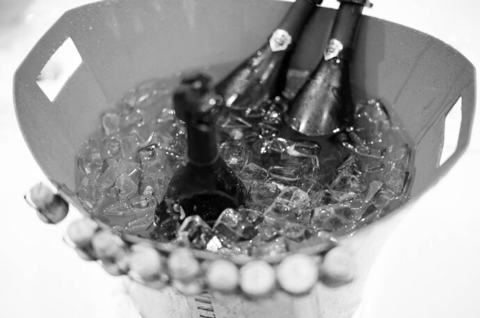 BOLLINGER MASTER SEMINR IN NAGOYA THE CONDER HOUSE ボレンジェ マスター セミナー ザ　コンダー ハウス  愛知県名古屋市中区錦2丁目20-25  2025年6月11日開催  PN VZ19 PN AYC18 LA COTE 
AUX ENFANTS 13  ラ・コート・オー・ザンファン  シャンーパニュ  
（株）富屋酒店 かぶしきがいしゃ とみやさけてん カブシキガイシャ　トミヤサケテン TOMIYA SAKETEN 　愛知県名古屋市瑞穂区上坂町1-41-2　地酒屋　豊盃　HOUHAI ほうはい　ホーハイ　三浦酒造  MIURASHUZO日高見　ひたかみ　ヒタカミ HITAKAMI  平孝酒造　HIRAKOSHUZO 天の戸 アマノト　あまのと　AMANOTO　浅舞酒造ASAMAISHUZO　飛露喜 HIROKISHUZOHONTEN　廣木酒造本店　HIROK　大那 DAINA　ダイナ　だいな　菊の里酒造　KIKUNOSATOSHUZO　旭興　KYOKUKO　きょくこう　キョクコウ　渡邉酒造　WATANABESHUZO　仙禽 SENKIN　せんきん　センキン（株）せんきん SENKIN鶴齢　カクレイ　かくれい KAKUREI　青木酒造　AOKISHUZO謙信 ケンシン　けんしん KENSHIN池田屋酒造 IKEDAYASHUZO 白岳仙 HAKUGAKUSEN　ハクガクセン　はくがくせん　安本酒造 YASUMOTOSHUZO 群馬泉 グンマイズミ　ぐんまいずみ 島岡酒造 SHIMAOKASHUZO  喜久醉 きくよい キクヨイKIKUYOI 青島酒造 AOSHIMASHUZO 長珍 ちょうちん　チョウチン長珍酒造CHOCHINSHUZO　みねたからみりん　峯寳 味醂　一子相伝 ミネタカラ　いっしそうでん　イッシソウデン　小笠原味醂 OGASAWARA MIRIN

瀧自慢　たきじまん　タキジマン　瀧自慢酒造　TAKIZIMANSHUZO　田光　TABIKA 早川酒造  HAYAKAWASHUZO　作　ZAKU ざく ザク 清水清三郎商店 SHIMIZUSEIZABUROSHOTEN  篠峯　櫛羅　しのみね　シノミネ　くじら　クジラ　千代酒造　CHIYOSHUZO　雑賀　さいか　サイカ　九重雑賀  KOKONOESAIKA　紀土　鶴梅　無量山　きっど　キッド　KID 　ツルウメ　つるうめ　TURUUME　ムリョウザン　むりょうざん　MURYOZAN　平和酒造　HEIWASHUZO　蒼空　そうくう　ソウクウ　SÔKÛ　藤岡酒造　HUJIOKASHUZO 　宝剣　HOUKEN  宝剣酒造　ほうけんしゅぞう　ホウケンシュゾウ　HOKENSHUZO　清酒竹鶴　小笹屋竹鶴　せいしゅたけつる　セイシュタケツル　おささやたけつる　オササヤタケツル　竹鶴酒造　TAKETURUSHUZO
石鎚　いしづち　イシヅチ　石鎚酒造　ISHIDUCHISHUZO　土佐しらぎく　とさしらぎく　トサシラギク　仙頭酒造場　せんとうしゅぞうじょう　SENDOSHUZOZYO
　
 ブルゴーニュワイン　BOURGOGNE  ボルドーワイン　BORDEAUXカリフォルニアワイン CALIFORNIA  シャンパーニュ  SHAMPAGNEアルザスワイン ALSACE ドイツワイン WEIN GERMAN WINE 専門店　ライカM11　ズミルックス50　レンズ　代表　上田豊二　　きき酒師　焼酎アドバイザー　シャンパーニュシュヴァリエ　堀田駅より徒歩10分　熱田神宮駅より徒歩10分
市バス　牛巻より徒歩３分　地下鉄堀田駅より徒歩１５分　名古屋高速堀田出口より車で２分　牛巻交差点より徒歩５分　レトロ街並み　瓦屋根　裏道　大通りより二本入る　CLASSIC CARクラッシックカー CLASSIC BIKE　クラッシックバイク INTERIA　インテリア　　FASHION　ファッション　MUSIC　音楽　LOVE　SAKE SHOP　酒屋
センス　クリエイト　おたく　　MANIAマニア MOVIE　映画　CINEMA シネマ　2024年春オープン予定 いいねタウン瑞穂 iiNE マルシェ内　グランクレア瑞穂 いいねタウン瑞穂  愛知県名古屋市瑞穂区宝田町四丁目2番、3番2　春敲町三丁目23番1（地番） 魚太郎　UOTARO MIZUHO うおたろう　ウオタロウ　なごやみずほてん　ナゴヤミズホテン　 名古屋瑞穂店  車で1分　徒歩5分　丸明 瑞穂店  MARUAKI MIZUHO　マルアキ ミズホテン　まるあき みずほてん　 徒歩10分　車3分　焼肉 美奈登  ヤキニクミナト　やきにくみなと YAKINIKU MINATO 車で2分　徒歩10分  どての品川　DOTENO SHINAGAWA　ドテノシナガワ　どてのしながわ　車で30秒　徒歩1分昇福亭　SHOHUKUTEI しょうふくてい　ショウフクテイ 街中華　マニア　大盛り　個性派  車で5分　徒歩15分  名店 近くにたくさんあり　堀田バンザイ　牛巻バンザイ　名古屋のへそ



