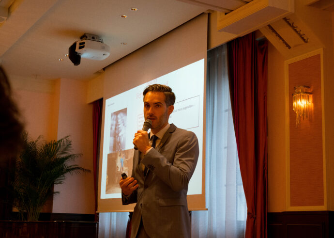 BOLLINGER MASTER SEMINR IN NAGOYA THE CONDER HOUSE ボレンジェ マスター セミナー ザ　コンダー ハウス  愛知県名古屋市中区錦2丁目20-25  2025年6月11日開催  PN VZ19 PN AYC18 LA COTE 
AUX ENFANTS 13  ラ・コート・オー・ザンファン  シャンーパニュ  
（株）富屋酒店 かぶしきがいしゃ とみやさけてん カブシキガイシャ　トミヤサケテン TOMIYA SAKETEN 　愛知県名古屋市瑞穂区上坂町1-41-2　地酒屋　豊盃　HOUHAI ほうはい　ホーハイ　三浦酒造  MIURASHUZO日高見　ひたかみ　ヒタカミ HITAKAMI  平孝酒造　HIRAKOSHUZO 天の戸 アマノト　あまのと　AMANOTO　浅舞酒造ASAMAISHUZO　飛露喜 HIROKISHUZOHONTEN　廣木酒造本店　HIROK　大那 DAINA　ダイナ　だいな　菊の里酒造　KIKUNOSATOSHUZO　旭興　KYOKUKO　きょくこう　キョクコウ　渡邉酒造　WATANABESHUZO　仙禽 SENKIN　せんきん　センキン（株）せんきん SENKIN鶴齢　カクレイ　かくれい KAKUREI　青木酒造　AOKISHUZO謙信 ケンシン　けんしん KENSHIN池田屋酒造 IKEDAYASHUZO 白岳仙 HAKUGAKUSEN　ハクガクセン　はくがくせん　安本酒造 YASUMOTOSHUZO 群馬泉 グンマイズミ　ぐんまいずみ 島岡酒造 SHIMAOKASHUZO  喜久醉 きくよい キクヨイKIKUYOI 青島酒造 AOSHIMASHUZO 長珍 ちょうちん　チョウチン長珍酒造CHOCHINSHUZO　みねたからみりん　峯寳 味醂　一子相伝 ミネタカラ　いっしそうでん　イッシソウデン　小笠原味醂 OGASAWARA MIRIN

瀧自慢　たきじまん　タキジマン　瀧自慢酒造　TAKIZIMANSHUZO　田光　TABIKA 早川酒造  HAYAKAWASHUZO　作　ZAKU ざく ザク 清水清三郎商店 SHIMIZUSEIZABUROSHOTEN  篠峯　櫛羅　しのみね　シノミネ　くじら　クジラ　千代酒造　CHIYOSHUZO　雑賀　さいか　サイカ　九重雑賀  KOKONOESAIKA　紀土　鶴梅　無量山　きっど　キッド　KID 　ツルウメ　つるうめ　TURUUME　ムリョウザン　むりょうざん　MURYOZAN　平和酒造　HEIWASHUZO　蒼空　そうくう　ソウクウ　SÔKÛ　藤岡酒造　HUJIOKASHUZO 　宝剣　HOUKEN  宝剣酒造　ほうけんしゅぞう　ホウケンシュゾウ　HOKENSHUZO　清酒竹鶴　小笹屋竹鶴　せいしゅたけつる　セイシュタケツル　おささやたけつる　オササヤタケツル　竹鶴酒造　TAKETURUSHUZO
石鎚　いしづち　イシヅチ　石鎚酒造　ISHIDUCHISHUZO　土佐しらぎく　とさしらぎく　トサシラギク　仙頭酒造場　せんとうしゅぞうじょう　SENDOSHUZOZYO
　
 ブルゴーニュワイン　BOURGOGNE  ボルドーワイン　BORDEAUXカリフォルニアワイン CALIFORNIA  シャンパーニュ  SHAMPAGNEアルザスワイン ALSACE ドイツワイン WEIN GERMAN WINE 専門店　ライカM11　ズミルックス50　レンズ　代表　上田豊二　　きき酒師　焼酎アドバイザー　シャンパーニュシュヴァリエ　堀田駅より徒歩10分　熱田神宮駅より徒歩10分
市バス　牛巻より徒歩３分　地下鉄堀田駅より徒歩１５分　名古屋高速堀田出口より車で２分　牛巻交差点より徒歩５分　レトロ街並み　瓦屋根　裏道　大通りより二本入る　CLASSIC CARクラッシックカー CLASSIC BIKE　クラッシックバイク INTERIA　インテリア　　FASHION　ファッション　MUSIC　音楽　LOVE　SAKE SHOP　酒屋
センス　クリエイト　おたく　　MANIAマニア MOVIE　映画　CINEMA シネマ　2024年春オープン予定 いいねタウン瑞穂 iiNE マルシェ内　グランクレア瑞穂 いいねタウン瑞穂  愛知県名古屋市瑞穂区宝田町四丁目2番、3番2　春敲町三丁目23番1（地番） 魚太郎　UOTARO MIZUHO うおたろう　ウオタロウ　なごやみずほてん　ナゴヤミズホテン　 名古屋瑞穂店  車で1分　徒歩5分　丸明 瑞穂店  MARUAKI MIZUHO　マルアキ ミズホテン　まるあき みずほてん　 徒歩10分　車3分　焼肉 美奈登  ヤキニクミナト　やきにくみなと YAKINIKU MINATO 車で2分　徒歩10分  どての品川　DOTENO SHINAGAWA　ドテノシナガワ　どてのしながわ　車で30秒　徒歩1分昇福亭　SHOHUKUTEI しょうふくてい　ショウフクテイ 街中華　マニア　大盛り　個性派  車で5分　徒歩15分  名店 近くにたくさんあり　堀田バンザイ　牛巻バンザイ　名古屋のへそ



