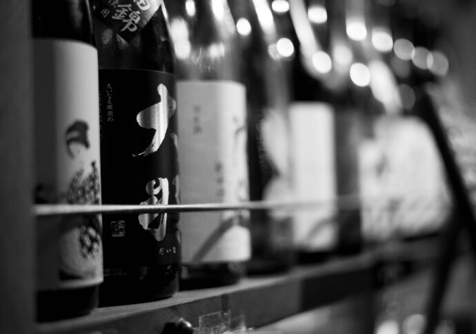 （株）富屋酒店 かぶしきがいしゃ とみやさけてん カブシキガイシャ　トミヤサケテン TOMIYA SAKETEN 　愛知県名古屋市瑞穂区上坂町1-41-2　地酒屋　豊盃　HOUHAI ほうはい　ホーハイ　三浦酒造  MIURASHUZO日高見　ひたかみ　ヒタカミ HITAKAMI  平孝酒造　HIRAKOSHUZO 天の戸 アマノト　あまのと　AMANOTO　浅舞酒造ASAMAISHUZO　飛露喜 HIROKISHUZOHONTEN　廣木酒造本店　HIROK　大那 DAINA　ダイナ　だいな　菊の里酒造　KIKUNOSATOSHUZO　旭興　KYOKUKO　きょくこう　キョクコウ　渡邉酒造　WATANABESHUZO　仙禽 SENKIN　せんきん　センキン（株）せんきん SENKIN鶴齢　カクレイ　かくれい KAKUREI　青木酒造　AOKISHUZO謙信 ケンシン　けんしん KENSHIN池田屋酒造 IKEDAYASHUZO 白岳仙 HAKUGAKUSEN　ハクガクセン　はくがくせん　安本酒造 YASUMOTOSHUZO 群馬泉 グンマイズミ　ぐんまいずみ 島岡酒造 SHIMAOKASHUZO  喜久醉 きくよい キクヨイKIKUYOI 青島酒造 AOSHIMASHUZO 長珍 ちょうちん　チョウチン長珍酒造CHOCHINSHUZO　みねたからみりん　峯寳 味醂　一子相伝 ミネタカラ　いっしそうでん　イッシソウデン　小笠原味醂 OGASAWARA MIRIN

瀧自慢　たきじまん　タキジマン　瀧自慢酒造　TAKIZIMANSHUZO　田光　TABIKA 早川酒造  HAYAKAWASHUZO　作　ZAKU ざく ザク 清水清三郎商店 SHIMIZUSEIZABUROSHOTEN  篠峯　櫛羅　しのみね　シノミネ　くじら　クジラ　千代酒造　CHIYOSHUZO　雑賀　さいか　サイカ　九重雑賀  KOKONOESAIKA　紀土　鶴梅　無量山　きっど　キッド　KID 　ツルウメ　つるうめ　TURUUME　ムリョウザン　むりょうざん　MURYOZAN　平和酒造　HEIWASHUZO　蒼空　そうくう　ソウクウ　SÔKÛ　藤岡酒造　HUJIOKASHUZO 　宝剣　HOUKEN  宝剣酒造　ほうけんしゅぞう　ホウケンシュゾウ　HOKENSHUZO　清酒竹鶴　小笹屋竹鶴　せいしゅたけつる　セイシュタケツル　おささやたけつる　オササヤタケツル　竹鶴酒造　TAKETURUSHUZO
石鎚　いしづち　イシヅチ　石鎚酒造　ISHIDUCHISHUZO　土佐しらぎく　とさしらぎく　トサシラギク　仙頭酒造場　せんとうしゅぞうじょう　SENDOSHUZOZYO
　
 ブルゴーニュワイン　BOURGOGNE  ボルドーワイン　BORDEAUXカリフォルニアワイン CALIFORNIA  シャンパーニュ  SHAMPAGNEアルザスワイン ALSACE ドイツワイン WEIN GERMAN WINE 専門店　ライカM11　ズミルックス50　レンズ　代表　上田豊二　　きき酒師　焼酎アドバイザー　シャンパーニュシュヴァリエ　堀田駅より徒歩10分　熱田神宮駅より徒歩10分
市バス　牛巻より徒歩３分　地下鉄堀田駅より徒歩１５分　名古屋高速堀田出口より車で２分　牛巻交差点より徒歩５分　レトロ街並み　瓦屋根　裏道　大通りより二本入る　CLASSIC CARクラッシックカー CLASSIC BIKE　クラッシックバイク INTERIA　インテリア　　FASHION　ファッション　MUSIC　音楽　LOVE　SAKE SHOP　酒屋
センス　クリエイト　おたく　　MANIAマニア MOVIE　映画　CINEMA シネマ　2024年春オープン予定 いいねタウン瑞穂 iiNE マルシェ内　グランクレア瑞穂 いいねタウン瑞穂  愛知県名古屋市瑞穂区宝田町四丁目2番、3番2　春敲町三丁目23番1（地番） 魚太郎　UOTARO MIZUHO うおたろう　ウオタロウ　なごやみずほてん　ナゴヤミズホテン　 名古屋瑞穂店  車で1分　徒歩5分　丸明 瑞穂店  MARUAKI MIZUHO　マルアキ ミズホテン　まるあき みずほてん　 徒歩10分　車3分　焼肉 美奈登  ヤキニクミナト　やきにくみなと YAKINIKU MINATO 車で2分　徒歩10分  どての品川　DOTENO SHINAGAWA　ドテノシナガワ　どてのしながわ　車で30秒　徒歩1分昇福亭　SHOHUKUTEI しょうふくてい　ショウフクテイ 街中華　マニア　大盛り　個性派  車で5分　徒歩15分  名店 近くにたくさんあり　堀田バンザイ　牛巻バンザイ　名古屋のへそ
菊の里酒造　大那　KIKUNOSATOSHUZO　DAINA　阿久津　信　AKUTU MAKOTO　代表取締役兼杜氏　栃木県大田原市片府田302-2　創業 慶応2年（1866年）　那須高原の南端に穏やかに広がる田園地帯。侍塚古墳、那須国造碑（日本三古碑）など、数々の歴史的遺産を有する古墳の里。
那珂川とその支流である菷川や蛇尾川がながれ市内のあちこちに、清水や湧水が見られる。慶応2年（1866年）創業。「一流」「君の友」等、代々の銘柄を経て昭和30年（1955年）に菊の里酒造に発展し、現在は主力銘柄「大那」を中心にリキュールなども製造し現在にいたる。大いなる那須の大地の恵みが育んだ手造り清酒「大那」大那特別純米　大那超辛口純米　大那純米吟醸東条産山田錦無濾過生酒　大那特別純米生酛無濾過生酒　大那純米大吟醸斗瓶囲い全国新酒鑑評会出品酒富屋酒店オリジナル500ｍｌボトル　大那仕込み水　大那純米吟醸スパークリング
株式会社富屋酒店　トミヤサケテン　とみやさけてん TOMIYA　SAKETEN　NAGOYA　愛知県名古屋市瑞穂区上坂町1-41-2 tomiya-saketen.com　特約店　特約流通　地酒　ワイン　専門店　 社長　代表　上田豊二　利き酒師　焼酎アドバイザー　シャンパーニュシュヴァリエ　おたく　マニア　堀田駅　熱田神宮駅
名古屋高速　堀田出口すぐ　牛巻交差点すぐ　レトロ街並み　瓦屋根
クラッシックカー　クラッシックバイク　インテリア　ファッション　音楽
センス　クリエイト　おたく　マニア　イキに。ステキに。ナツニハジケルSPARKLING。「大那　DAINA　純米吟醸　＜スパークリング　SPARKLING＞　2023」真夏の低アルコールの旨さを改めて感じさせてくれる素敵な作品。「大那　DAINA　特別純米13　＜低アルコール原酒　LOW  ALCOHOL＞　2023」旨さと飲みやすさの軽快さが真夏ののどごしを潤す。「大那　DAINA　特別純米13　＜低アルコール原酒　LOW ALCOHOL 13＞　2023」夏越しの淡い旨味が心にシミル。「大那　DAINA　純米吟醸　＜夏越し純吟　NATUGOSHI＞　仕込み十九号　無濾過生詰　2023
まろやかな那須産美山錦の味わいが酷暑のヨルを癒す。「大那　DAINA　夏越し純吟　NATUGOSHIJUNGIN　仕込み十九号　無濾過生詰　2023」不動の人気を誇る辛口純米酒の代名詞のひとつ。「大那　DAINA　超辛口純米　SUPERDRY JUNMAI    2023」【TOMIYA  SPECIAL SPECIAL SPECIAL MODEL】「URA DAINA 2023」まったりとスムースに。秋の装いを感じる癒しなひやおろし。「大那　DAINA  特別純米　＜ひやおろし　HIYAOROSHI＞　2023」爽やかさと瑞々しさ溢れるDRYな味わいを。【TOMIYA SPECIAL SPECIAL SPECIAL MODEL】「URA DAINA 2023」極上の艶感と大自然が育む仕込み水とが融合した最高の心地よさを 「大那   DAINA　純米吟醸   ＜東条産 愛山 TOJO AIYAMA＞  R5BY」＜新たな＞大那の世界観を 世界に代表する作品として  「大那   DAINA   純米大吟醸  ＜新たな  ARATANA＞  2023」The environment that nurtured ARATANA（株）富屋酒店 かぶしきがいしゃ とみやさけてん カブシキガイシャ　トミヤサケテン TOMIYA SAKETEN 　愛知県名古屋市瑞穂区上坂町1-41-2　地酒屋　豊盃　HOUHAI ほうはい　ホーハイ　三浦酒造  MIURASHUZO日高見　ひたかみ　ヒタカミ HITAKAMI  平孝酒造　HIRAKOSHUZO 天の戸 アマノト　あまのと　AMANOTO　浅舞酒造 ASAMAISHUZO　飛露喜 HIROKISHUZOHONTEN　廣木酒造本店　HIROK　大那 DAINA　ダイナ　だいな　菊の里酒造　KIKUNOSATOSHUZO　旭興　KYOKUKO　きょくこう　キョクコウ　渡邉酒造　WATANABESHUZO　仙禽 SENKIN　せんきん　センキン（株）せんきん SENKIN鶴齢　カクレイ　かくれい KAKUREI　青木酒造　AOKISHUZO謙信 ケンシン　けんしん KENSHIN池田屋酒造 IKEDAYASHUZO 白岳仙 HAKUGAKUSEN　ハクガクセン　はくがくせん　安本酒造 YASUMOTOSHUZO 群馬泉 グンマイズミ　ぐんまいずみ 島岡酒造 SHIMAOKASHUZO  喜久醉 きくよい キクヨイKIKUYOI 青島酒造 AOSHIMASHUZO 長珍 ちょうちん　チョウチン長珍酒造CHOCHINSHUZO　みねたからみりん　峯寳 味醂　一子相伝 ミネタカラ　いっしそうでん　イッシソウデン　小笠原味醂 OGASAWARA MIRIN

瀧自慢　たきじまん　タキジマン　瀧自慢酒造　TAKIZIMANSHUZO　田光　TABIKA 早川酒造  HAYAKAWASHUZO　作　ZAKU ざく ザク 清水清三郎商店 SHIMIZUSEIZABUROSHOTEN  篠峯　櫛羅　しのみね　シノミネ　くじら　クジラ　千代酒造　CHIYOSHUZO　雑賀　さいか　サイカ　九重雑賀  KOKONOESAIKA　紀土　鶴梅　無量山　きっど　キッド　KID 　ツルウメ　つるうめ　TURUUME　ムリョウザン　むりょうざん　MURYOZAN　平和酒造　HEIWASHUZO　蒼空　そうくう　ソウクウ　SÔKÛ　藤岡酒造　HUJIOKASHUZO 　宝剣　HOUKEN  宝剣酒造　ほうけんしゅぞう　ホウケンシュゾウ　HOKENSHUZO　清酒竹鶴　小笹屋竹鶴　せいしゅたけつる　セイシュタケツル　おささやたけつる　オササヤタケツル　竹鶴酒造　TAKETURUSHUZO
石鎚　いしづち　イシヅチ　石鎚酒造　ISHIDUCHISHUZO　土佐しらぎく　とさしらぎく　トサシラギク　仙頭酒造場　せんとうしゅぞうじょう　SENDOSHUZOZYO　アルガブランカ　ARUGABURANKA勝沼醸造　KATUNUMAJÔZÔ　ドメーヌソガ　ソガ・ペール・エ・フィス SOGA PELE ET FIS　オブセワイナリー　OBUSEWINERY　ドメーヌタカヒコ　DOMAINE TAKAHIKO　クリサワブラン　KURISAWA BLANC　ナカザワワイナリー　NAKAZAWA WINERY　さつま寿　SATUMA KOTOBUKI 　尾込商店 OGOME SHOTEN  蔵の師魂 KURANOSHIKON  小正醸造　KOMASA ＪÔＺÔ　天狗櫻 TENGUSAKURA  白石酒蔵　SHIRAISHISHUZO  しま千両 SHIMASENRYO　高崎酒蔵  TAKASAKISHUZO  杜氏潤平　TOJIJUNPEI  小玉醸造  KODAMAJOZO  赤鹿毛　青鹿毛  AKAKAGE   AOKAGE　柳田酒蔵  YANAGIDASHUZO　舞香　MAIKA　泰明　TAIMEI　藤居醸造　HUZIIJÔＺÔ　池の露　特酎天草　IKENOTUYU  TOKUCHU  AMAKUSA　壱乃醸　飛乃流　朝日　ICHINOJO  HINORYU　ASAHI　朝日酒造　ASAHISHUZO　龍宮　RYUGU 富田酒造場　TOMITASHUZOJO　鳥飼 TORIKAI　鳥飼酒造　TORIKAISHUZO　極楽 GOIKURAKU　林酒造場 HAYASHISHUZOJO　屋久の島大自然林　酔麦香　YAKUNOSHIMA DAISHIZENRIN SUIBASKUKA　本坊酒造　HONBOSHUZO
金峰　金峰荒蘆過  KINPO　KINPOARAROKA　宇都酒造　UTOSHUZO　北谷長老　CHYATANCHÔＲÔ　北谷酒造　CHYATANSHUZO　山原くいな　YAMBARUKUINA　やんばる酒造　YAMBARUSHUZO　
ゑびすや　御器所　焼き鳥　居酒屋　愛知県名古屋市昭和区石仏町2-4
安定感　大将　情熱　日本酒　ワイン　充実　富屋酒店フルラインナップ
長年のパートナー　絶対的信頼関係　ベーシックなメニューの旨さ　抜群
ブルゴーニュ　充実　ワインマニア　ソムリエ　ラック・コーポレーション
ハスミワイン　ヌーヴェル・セレクション　オルヴォー　テラヴェール
宝剣　豊盃　白岳仙　長珍　紀土　田光　大那　飛露喜　土佐しらぎく
日高見　瀧自慢　櫛羅　篠峯　相模灘　竹鶴　旭興　雑賀　喜久醉
（株）富屋酒店 かぶしきがいしゃ とみやさけてん カブシキガイシャ　トミヤサケテン TOMIYA SAKETEN 　愛知県名古屋市瑞穂区上坂町1-41-2　地酒屋　豊盃　HOUHAI ほうはい　ホーハイ　三浦酒造  MIURASHUZO日高見　ひたかみ　ヒタカミ HITAKAMI  平孝酒造　HIRAKOSHUZO 天の戸 アマノト　あまのと　AMANOTO　浅舞酒造 ASAMAISHUZO　飛露喜 HIROKISHUZOHONTEN　廣木酒造本店　HIROK　大那 DAINA　ダイナ　だいな　菊の里酒造　KIKUNOSATOSHUZO　旭興　KYOKUKO　きょくこう　キョクコウ　渡邉酒造　WATANABESHUZO　仙禽 SENKIN　せんきん　センキン（株）せんきん SENKIN鶴齢　カクレイ　かくれい KAKUREI　青木酒造　AOKISHUZO謙信 ケンシン　けんしん KENSHIN池田屋酒造 IKEDAYASHUZO 白岳仙 HAKUGAKUSEN　ハクガクセン　はくがくせん　安本酒造 YASUMOTOSHUZO 群馬泉 グンマイズミ　ぐんまいずみ 島岡酒造 SHIMAOKASHUZO  喜久醉 きくよい キクヨイKIKUYOI 青島酒造 AOSHIMASHUZO 長珍 ちょうちん　チョウチン長珍酒造CHOCHINSHUZO　みねたからみりん　峯寳 味醂　一子相伝 ミネタカラ　いっしそうでん　イッシソウデン　小笠原味醂 OGASAWARA MIRIN

瀧自慢　たきじまん　タキジマン　瀧自慢酒造　TAKIZIMANSHUZO　田光　TABIKA 早川酒造  HAYAKAWASHUZO　作　ZAKU ざく ザク 清水清三郎商店 SHIMIZUSEIZABUROSHOTEN  篠峯　櫛羅　しのみね　シノミネ　くじら　クジラ　千代酒造　CHIYOSHUZO　雑賀　さいか　サイカ　九重雑賀  KOKONOESAIKA　紀土　鶴梅　無量山　きっど　キッド　KID 　ツルウメ　つるうめ　TURUUME　ムリョウザン　むりょうざん　MURYOZAN　平和酒造　HEIWASHUZO　蒼空　そうくう　ソウクウ　SÔKÛ　藤岡酒造　HUJIOKASHUZO 　宝剣　HOUKEN  宝剣酒造　ほうけんしゅぞう　ホウケンシュゾウ　HOKENSHUZO　清酒竹鶴　小笹屋竹鶴　せいしゅたけつる　セイシュタケツル　おささやたけつる　オササヤタケツル　竹鶴酒造　TAKETURUSHUZO
石鎚　いしづち　イシヅチ　石鎚酒造　ISHIDUCHISHUZO　土佐しらぎく　とさしらぎく　トサシラギク　仙頭酒造場　せんとうしゅぞうじょう　SENDOSHUZOZYO
　
 ブルゴーニュワイン　BOURGOGNE  ボルドーワイン　BORDEAUXカリフォルニアワイン CALIFORNIA  シャンパーニュ  SHAMPAGNEアルザスワイン ALSACE ドイツワイン WEIN GERMAN WINE 専門店　ライカM11　ズミルックス50　レンズ　代表　上田豊二　　きき酒師　焼酎アドバイザー　シャンパーニュシュヴァリエ　堀田駅より徒歩10分　熱田神宮駅より徒歩10分雄町の魅力を大那流に表現した名古屋発信の唯一無二の作品 「大那  DAINA  【TOMIYA ORIGINAL】＜オマチダイナ  OMACHI DAINA＞  2024」
市バス　牛巻より徒歩３分　地下鉄堀田駅より徒歩１５分　名古屋高速堀田出口より車で２分　牛巻交差点より徒歩５分　レトロ街並み　瓦屋根　裏道　大通りより二本入る　CLASSIC CARクラッシックカー CLASSIC BIKE　クラッシックバイク INTERIA　インテリア　　FASHION　ファッション　MUSIC　音楽　LOVE　SAKE SHOP　酒屋
センス　クリエイト　おたく　　MANIAマニア MOVIE　映画　CINEMA シネマ　2024年春オープン予定 いいねタウン瑞穂 iiNE マルシェ内　グランクレア瑞穂 いいねタウン瑞穂  愛知県名古屋市瑞穂区宝田町四丁目2番、3番2　春敲町三丁目23番1（地番） 魚太郎　UOTARO MIZUHO うおたろう　ウオタロウ　なごやみずほてん　ナゴヤミズホテン　 名古屋瑞穂店  車で1分　徒歩5分　丸明 瑞穂店  MARUAKI MIZUHO　マルアキ ミズホテン　まるあき みずほてん　 徒歩10分　車3分　焼肉 美奈登  ヤキニクミナト　やきにくみなと YAKINIKU MINATO 車で2分　徒歩10分  どての品川　DOTENO SHINAGAWA　ドテノシナガワ　どてのしながわ　車で30秒　徒歩1分昇福亭　SHOHUKUTEI しょうふくてい　ショウフクテイ 街中華　マニア　大盛り　個性派  車で5分　徒歩15分  名店 近くにたくさんあり　堀田バンザイ　牛巻バンザイ　名古屋のへそ
活き活きとしたフレッシュさを全身で味わうエクスタシー「大那  DAINA  特別純米   仕込み壱号 ＜初しぼり  HASTUSHIBORI＞  R5BY」美しき味わいと優しさが共存する癒しのジュンダイ  「大那  DAINA  純米大吟醸   ＜夢ささら35  YUMESASARA＞  2023」那須五百万石のピュアさとポテンシャルを存分に味わう  「大那　DAINA  純米吟醸   ＜あらばしり  生酒   ARABASHIRI＞ R5BY」雄町のふくよかさを大那流に表現した別注品【TOMIYA SPECIAL SPECIAL SPECIAL MODEL】「DAINA OMACHI ダイナオマチ  2024」

