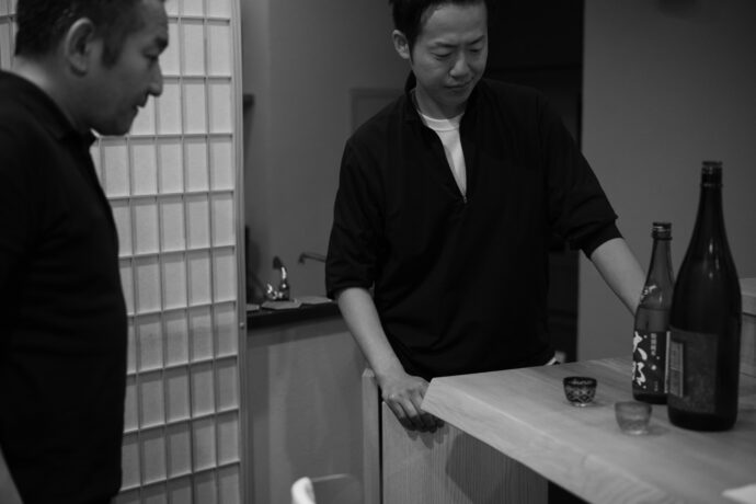 （株）富屋酒店 かぶしきがいしゃ とみやさけてん カブシキガイシャ　トミヤサケテン TOMIYA SAKETEN 　愛知県名古屋市瑞穂区上坂町1-41-2　地酒屋　豊盃　HOUHAI ほうはい　ホーハイ　三浦酒造  MIURASHUZO日高見　ひたかみ　ヒタカミ HITAKAMI  平孝酒造　HIRAKOSHUZO 天の戸 アマノト　あまのと　AMANOTO　浅舞酒造ASAMAISHUZO　飛露喜 HIROKISHUZOHONTEN　廣木酒造本店　HIROK　大那 DAINA　ダイナ　だいな　菊の里酒造　KIKUNOSATOSHUZO　旭興　KYOKUKO　きょくこう　キョクコウ　渡邉酒造　WATANABESHUZO　仙禽 SENKIN　せんきん　センキン（株）せんきん SENKIN鶴齢　カクレイ　かくれい KAKUREI　青木酒造　AOKISHUZO謙信 ケンシン　けんしん KENSHIN池田屋酒造 IKEDAYASHUZO 白岳仙 HAKUGAKUSEN　ハクガクセン　はくがくせん　安本酒造 YASUMOTOSHUZO 群馬泉 グンマイズミ　ぐんまいずみ 島岡酒造 SHIMAOKASHUZO  喜久醉 きくよい キクヨイKIKUYOI 青島酒造 AOSHIMASHUZO 長珍 ちょうちん　チョウチン長珍酒造CHOCHINSHUZO　みねたからみりん　峯寳 味醂　一子相伝 ミネタカラ　いっしそうでん　イッシソウデン　小笠原味醂 OGASAWARA MIRIN

瀧自慢　たきじまん　タキジマン　瀧自慢酒造　TAKIZIMANSHUZO　田光　TABIKA 早川酒造  HAYAKAWASHUZO　作　ZAKU ざく ザク 清水清三郎商店 SHIMIZUSEIZABUROSHOTEN  篠峯　櫛羅　しのみね　シノミネ　くじら　クジラ　千代酒造　CHIYOSHUZO　雑賀　さいか　サイカ　九重雑賀  KOKONOESAIKA　紀土　鶴梅　無量山　きっど　キッド　KID 　ツルウメ　つるうめ　TURUUME　ムリョウザン　むりょうざん　MURYOZAN　平和酒造　HEIWASHUZO　蒼空　そうくう　ソウクウ　SÔKÛ　藤岡酒造　HUJIOKASHUZO 　宝剣　HOUKEN  宝剣酒造　ほうけんしゅぞう　ホウケンシュゾウ　HOKENSHUZO　清酒竹鶴　小笹屋竹鶴　せいしゅたけつる　セイシュタケツル　おささやたけつる　オササヤタケツル　竹鶴酒造　TAKETURUSHUZO
石鎚　いしづち　イシヅチ　石鎚酒造　ISHIDUCHISHUZO　土佐しらぎく　とさしらぎく　トサシラギク　仙頭酒造場　せんとうしゅぞうじょう　SENDOSHUZOZYO
　
 ブルゴーニュワイン　BOURGOGNE  ボルドーワイン　BORDEAUXカリフォルニアワイン CALIFORNIA  シャンパーニュ  SHAMPAGNEアルザスワイン ALSACE ドイツワイン WEIN GERMAN WINE 専門店　ライカM11　ズミルックス50　レンズ　代表　上田豊二　　きき酒師　焼酎アドバイザー　シャンパーニュシュヴァリエ　堀田駅より徒歩10分　熱田神宮駅より徒歩10分
市バス　牛巻より徒歩３分　地下鉄堀田駅より徒歩１５分　名古屋高速堀田出口より車で２分　牛巻交差点より徒歩５分　レトロ街並み　瓦屋根　裏道　大通りより二本入る　CLASSIC CARクラッシックカー CLASSIC BIKE　クラッシックバイク INTERIA　インテリア　　FASHION　ファッション　MUSIC　音楽　LOVE　SAKE SHOP　酒屋
センス　クリエイト　おたく　　MANIAマニア MOVIE　映画　CINEMA シネマ　2024年春オープン予定 いいねタウン瑞穂 iiNE マルシェ内　グランクレア瑞穂 いいねタウン瑞穂  愛知県名古屋市瑞穂区宝田町四丁目2番、3番2　春敲町三丁目23番1（地番） 魚太郎　UOTARO MIZUHO うおたろう　ウオタロウ　なごやみずほてん　ナゴヤミズホテン　 名古屋瑞穂店  車で1分　徒歩5分　丸明 瑞穂店  MARUAKI MIZUHO　マルアキ ミズホテン　まるあき みずほてん　 徒歩10分　車3分　焼肉 美奈登  ヤキニクミナト　やきにくみなと YAKINIKU MINATO 車で2分　徒歩10分  どての品川　DOTENO SHINAGAWA　ドテノシナガワ　どてのしながわ　車で30秒　徒歩1分昇福亭　SHOHUKUTEI しょうふくてい　ショウフクテイ 街中華　マニア　大盛り　個性派  車で5分　徒歩15分  名店 近くにたくさんあり　堀田バンザイ　牛巻バンザイ　名古屋のへそ
菊の里酒造　大那　KIKUNOSATOSHUZO　DAINA　阿久津　信　AKUTU MAKOTO　代表取締役兼杜氏　栃木県大田原市片府田302-2　創業 慶応2年（1866年）　那須高原の南端に穏やかに広がる田園地帯。侍塚古墳、那須国造碑（日本三古碑）など、数々の歴史的遺産を有する古墳の里。
那珂川とその支流である菷川や蛇尾川がながれ市内のあちこちに、清水や湧水が見られる。慶応2年（1866年）創業。「一流」「君の友」等、代々の銘柄を経て昭和30年（1955年）に菊の里酒造に発展し、現在は主力銘柄「大那」を中心にリキュールなども製造し現在にいたる。大いなる那須の大地の恵みが育んだ手造り清酒「大那」大那特別純米　大那超辛口純米　大那純米吟醸東条産山田錦無濾過生酒　大那特別純米生酛無濾過生酒　大那純米大吟醸斗瓶囲い全国新酒鑑評会出品酒富屋酒店オリジナル500ｍｌボトル　大那仕込み水　大那純米吟醸スパークリング
株式会社富屋酒店　トミヤサケテン　とみやさけてん TOMIYA　SAKETEN　NAGOYA　愛知県名古屋市瑞穂区上坂町1-41-2 tomiya-saketen.com　特約店　特約流通　地酒　ワイン　専門店　 社長　代表　上田豊二　利き酒師　焼酎アドバイザー　シャンパーニュシュヴァリエ　おたく　マニア　堀田駅　熱田神宮駅
名古屋高速　堀田出口すぐ　牛巻交差点すぐ　レトロ街並み　瓦屋根
クラッシックカー　クラッシックバイク　インテリア　ファッション　音楽
センス　クリエイト　おたく　マニア　イキに。ステキに。ナツニハジケルSPARKLING。「大那　DAINA　純米吟醸　＜スパークリング　SPARKLING＞　2023」真夏の低アルコールの旨さを改めて感じさせてくれる素敵な作品。「大那　DAINA　特別純米13　＜低アルコール原酒　LOW  ALCOHOL＞　2023」旨さと飲みやすさの軽快さが真夏ののどごしを潤す。「大那　DAINA　特別純米13　＜低アルコール原酒　LOW ALCOHOL 13＞　2023」夏越しの淡い旨味が心にシミル。「大那　DAINA　純米吟醸　＜夏越し純吟　NATUGOSHI＞　仕込み十九号　無濾過生詰　2023
まろやかな那須産美山錦の味わいが酷暑のヨルを癒す。「大那　DAINA　夏越し純吟　NATUGOSHIJUNGIN　仕込み十九号　無濾過生詰　2023」不動の人気を誇る辛口純米酒の代名詞のひとつ。「大那　DAINA　超辛口純米　SUPERDRY JUNMAI    2023」【TOMIYA  SPECIAL SPECIAL SPECIAL MODEL】「URA DAINA 2023」まったりとスムースに。秋の装いを感じる癒しなひやおろし。「大那　DAINA  特別純米　＜ひやおろし　HIYAOROSHI＞　2023」爽やかさと瑞々しさ溢れるDRYな味わいを。【TOMIYA SPECIAL SPECIAL SPECIAL MODEL】「URA DAINA 2023」極上の艶感と大自然が育む仕込み水とが融合した最高の心地よさを 「大那   DAINA　純米吟醸   ＜東条産 愛山 TOJO AIYAMA＞  R5BY」＜新たな＞大那の世界観を 世界に代表する作品として  「大那   DAINA   純米大吟醸  ＜新たな  ARATANA＞  2023」The environment that nurtured ARATANA（株）富屋酒店 かぶしきがいしゃ とみやさけてん カブシキガイシャ　トミヤサケテン TOMIYA SAKETEN 　愛知県名古屋市瑞穂区上坂町1-41-2　地酒屋　豊盃　HOUHAI ほうはい　ホーハイ　三浦酒造  MIURASHUZO日高見　ひたかみ　ヒタカミ HITAKAMI  平孝酒造　HIRAKOSHUZO 天の戸 アマノト　あまのと　AMANOTO　浅舞酒造 ASAMAISHUZO　飛露喜 HIROKISHUZOHONTEN　廣木酒造本店　HIROK　大那 DAINA　ダイナ　だいな　菊の里酒造　KIKUNOSATOSHUZO　旭興　KYOKUKO　きょくこう　キョクコウ　渡邉酒造　WATANABESHUZO　仙禽 SENKIN　せんきん　センキン（株）せんきん SENKIN鶴齢　カクレイ　かくれい KAKUREI　青木酒造　AOKISHUZO謙信 ケンシン　けんしん KENSHIN池田屋酒造 IKEDAYASHUZO 白岳仙 HAKUGAKUSEN　ハクガクセン　はくがくせん　安本酒造 YASUMOTOSHUZO 群馬泉 グンマイズミ　ぐんまいずみ 島岡酒造 SHIMAOKASHUZO  喜久醉 きくよい キクヨイKIKUYOI 青島酒造 AOSHIMASHUZO 長珍 ちょうちん　チョウチン長珍酒造CHOCHINSHUZO　みねたからみりん　峯寳 味醂　一子相伝 ミネタカラ　いっしそうでん　イッシソウデン　小笠原味醂 OGASAWARA MIRIN

瀧自慢　たきじまん　タキジマン　瀧自慢酒造　TAKIZIMANSHUZO　田光　TABIKA 早川酒造  HAYAKAWASHUZO　作　ZAKU ざく ザク 清水清三郎商店 SHIMIZUSEIZABUROSHOTEN  篠峯　櫛羅　しのみね　シノミネ　くじら　クジラ　千代酒造　CHIYOSHUZO　雑賀　さいか　サイカ　九重雑賀  KOKONOESAIKA　紀土　鶴梅　無量山　きっど　キッド　KID 　ツルウメ　つるうめ　TURUUME　ムリョウザン　むりょうざん　MURYOZAN　平和酒造　HEIWASHUZO　蒼空　そうくう　ソウクウ　SÔKÛ　藤岡酒造　HUJIOKASHUZO 　宝剣　HOUKEN  宝剣酒造　ほうけんしゅぞう　ホウケンシュゾウ　HOKENSHUZO　清酒竹鶴　小笹屋竹鶴　せいしゅたけつる　セイシュタケツル　おささやたけつる　オササヤタケツル　竹鶴酒造　TAKETURUSHUZO
石鎚　いしづち　イシヅチ　石鎚酒造　ISHIDUCHISHUZO　土佐しらぎく　とさしらぎく　トサシラギク　仙頭酒造場　せんとうしゅぞうじょう　SENDOSHUZOZYO　アルガブランカ　ARUGABURANKA勝沼醸造　KATUNUMAJÔZÔ　ドメーヌソガ　ソガ・ペール・エ・フィス SOGA PELE ET FIS　オブセワイナリー　OBUSEWINERY　ドメーヌタカヒコ　DOMAINE TAKAHIKO　クリサワブラン　KURISAWA BLANC　ナカザワワイナリー　NAKAZAWA WINERY　さつま寿　SATUMA KOTOBUKI 　尾込商店 OGOME SHOTEN  蔵の師魂 KURANOSHIKON  小正醸造　KOMASA ＪÔＺÔ　天狗櫻 TENGUSAKURA  白石酒蔵　SHIRAISHISHUZO  しま千両 SHIMASENRYO　高崎酒蔵  TAKASAKISHUZO  杜氏潤平　TOJIJUNPEI  小玉醸造  KODAMAJOZO  赤鹿毛　青鹿毛  AKAKAGE   AOKAGE　柳田酒蔵  YANAGIDASHUZO　舞香　MAIKA　泰明　TAIMEI　藤居醸造　HUZIIJÔＺÔ　池の露　特酎天草　IKENOTUYU  TOKUCHU  AMAKUSA　壱乃醸　飛乃流　朝日　ICHINOJO  HINORYU　ASAHI　朝日酒造　ASAHISHUZO　龍宮　RYUGU 富田酒造場　TOMITASHUZOJO　鳥飼 TORIKAI　鳥飼酒造　TORIKAISHUZO　極楽 GOIKURAKU　林酒造場 HAYASHISHUZOJO　屋久の島大自然林　酔麦香　YAKUNOSHIMA DAISHIZENRIN SUIBASKUKA　本坊酒造　HONBOSHUZO
金峰　金峰荒蘆過  KINPO　KINPOARAROKA　宇都酒造　UTOSHUZO　北谷長老　CHYATANCHÔＲÔ　北谷酒造　CHYATANSHUZO　山原くいな　YAMBARUKUINA　やんばる酒造　YAMBARUSHUZO　
ゑびすや　御器所　焼き鳥　居酒屋　愛知県名古屋市昭和区石仏町2-4
安定感　大将　情熱　日本酒　ワイン　充実　富屋酒店フルラインナップ
長年のパートナー　絶対的信頼関係　ベーシックなメニューの旨さ　抜群
ブルゴーニュ　充実　ワインマニア　ソムリエ　ラック・コーポレーション
ハスミワイン　ヌーヴェル・セレクション　オルヴォー　テラヴェール
宝剣　豊盃　白岳仙　長珍　紀土　田光　大那　飛露喜　土佐しらぎく
日高見　瀧自慢　櫛羅　篠峯　相模灘　竹鶴　旭興　雑賀　喜久醉
（株）富屋酒店 かぶしきがいしゃ とみやさけてん カブシキガイシャ　トミヤサケテン TOMIYA SAKETEN 　愛知県名古屋市瑞穂区上坂町1-41-2　地酒屋　豊盃　HOUHAI ほうはい　ホーハイ　三浦酒造  MIURASHUZO日高見　ひたかみ　ヒタカミ HITAKAMI  平孝酒造　HIRAKOSHUZO 天の戸 アマノト　あまのと　AMANOTO　浅舞酒造 ASAMAISHUZO　飛露喜 HIROKISHUZOHONTEN　廣木酒造本店　HIROK　大那 DAINA　ダイナ　だいな　菊の里酒造　KIKUNOSATOSHUZO　旭興　KYOKUKO　きょくこう　キョクコウ　渡邉酒造　WATANABESHUZO　仙禽 SENKIN　せんきん　センキン（株）せんきん SENKIN鶴齢　カクレイ　かくれい KAKUREI　青木酒造　AOKISHUZO謙信 ケンシン　けんしん KENSHIN池田屋酒造 IKEDAYASHUZO 白岳仙 HAKUGAKUSEN　ハクガクセン　はくがくせん　安本酒造 YASUMOTOSHUZO 群馬泉 グンマイズミ　ぐんまいずみ 島岡酒造 SHIMAOKASHUZO  喜久醉 きくよい キクヨイKIKUYOI 青島酒造 AOSHIMASHUZO 長珍 ちょうちん　チョウチン長珍酒造CHOCHINSHUZO　みねたからみりん　峯寳 味醂　一子相伝 ミネタカラ　いっしそうでん　イッシソウデン　小笠原味醂 OGASAWARA MIRIN

瀧自慢　たきじまん　タキジマン　瀧自慢酒造　TAKIZIMANSHUZO　田光　TABIKA 早川酒造  HAYAKAWASHUZO　作　ZAKU ざく ザク 清水清三郎商店 SHIMIZUSEIZABUROSHOTEN  篠峯　櫛羅　しのみね　シノミネ　くじら　クジラ　千代酒造　CHIYOSHUZO　雑賀　さいか　サイカ　九重雑賀  KOKONOESAIKA　紀土　鶴梅　無量山　きっど　キッド　KID 　ツルウメ　つるうめ　TURUUME　ムリョウザン　むりょうざん　MURYOZAN　平和酒造　HEIWASHUZO　蒼空　そうくう　ソウクウ　SÔKÛ　藤岡酒造　HUJIOKASHUZO 　宝剣　HOUKEN  宝剣酒造　ほうけんしゅぞう　ホウケンシュゾウ　HOKENSHUZO　清酒竹鶴　小笹屋竹鶴　せいしゅたけつる　セイシュタケツル　おささやたけつる　オササヤタケツル　竹鶴酒造　TAKETURUSHUZO
石鎚　いしづち　イシヅチ　石鎚酒造　ISHIDUCHISHUZO　土佐しらぎく　とさしらぎく　トサシラギク　仙頭酒造場　せんとうしゅぞうじょう　SENDOSHUZOZYO
　
 ブルゴーニュワイン　BOURGOGNE  ボルドーワイン　BORDEAUXカリフォルニアワイン CALIFORNIA  シャンパーニュ  SHAMPAGNEアルザスワイン ALSACE ドイツワイン WEIN GERMAN WINE 専門店　ライカM11　ズミルックス50　レンズ　代表　上田豊二　　きき酒師　焼酎アドバイザー　シャンパーニュシュヴァリエ　堀田駅より徒歩10分　熱田神宮駅より徒歩10分雄町の魅力を大那流に表現した名古屋発信の唯一無二の作品 「大那  DAINA  【TOMIYA ORIGINAL】＜オマチダイナ  OMACHI DAINA＞  2024」
市バス　牛巻より徒歩３分　地下鉄堀田駅より徒歩１５分　名古屋高速堀田出口より車で２分　牛巻交差点より徒歩５分　レトロ街並み　瓦屋根　裏道　大通りより二本入る　CLASSIC CARクラッシックカー CLASSIC BIKE　クラッシックバイク INTERIA　インテリア　　FASHION　ファッション　MUSIC　音楽　LOVE　SAKE SHOP　酒屋
センス　クリエイト　おたく　　MANIAマニア MOVIE　映画　CINEMA シネマ　2024年春オープン予定 いいねタウン瑞穂 iiNE マルシェ内　グランクレア瑞穂 いいねタウン瑞穂  愛知県名古屋市瑞穂区宝田町四丁目2番、3番2　春敲町三丁目23番1（地番） 魚太郎　UOTARO MIZUHO うおたろう　ウオタロウ　なごやみずほてん　ナゴヤミズホテン　 名古屋瑞穂店  車で1分　徒歩5分　丸明 瑞穂店  MARUAKI MIZUHO　マルアキ ミズホテン　まるあき みずほてん　 徒歩10分　車3分　焼肉 美奈登  ヤキニクミナト　やきにくみなと YAKINIKU MINATO 車で2分　徒歩10分  どての品川　DOTENO SHINAGAWA　ドテノシナガワ　どてのしながわ　車で30秒　徒歩1分昇福亭　SHOHUKUTEI しょうふくてい　ショウフクテイ 街中華　マニア　大盛り　個性派  車で5分　徒歩15分  名店 近くにたくさんあり　堀田バンザイ　牛巻バンザイ　名古屋のへそ
活き活きとしたフレッシュさを全身で味わうエクスタシー「大那  DAINA  特別純米   仕込み壱号 ＜初しぼり  HASTUSHIBORI＞  R5BY」美しき味わいと優しさが共存する癒しのジュンダイ  「大那  DAINA  純米大吟醸   ＜夢ささら35  YUMESASARA＞  2023」那須五百万石のピュアさとポテンシャルを存分に味わう  「大那　DAINA  純米吟醸   ＜あらばしり  生酒   ARABASHIRI＞ R5BY」雄町のふくよかさを大那流に表現した別注品【TOMIYA SPECIAL SPECIAL SPECIAL MODEL】「DAINA OMACHI ダイナオマチ  2024」

