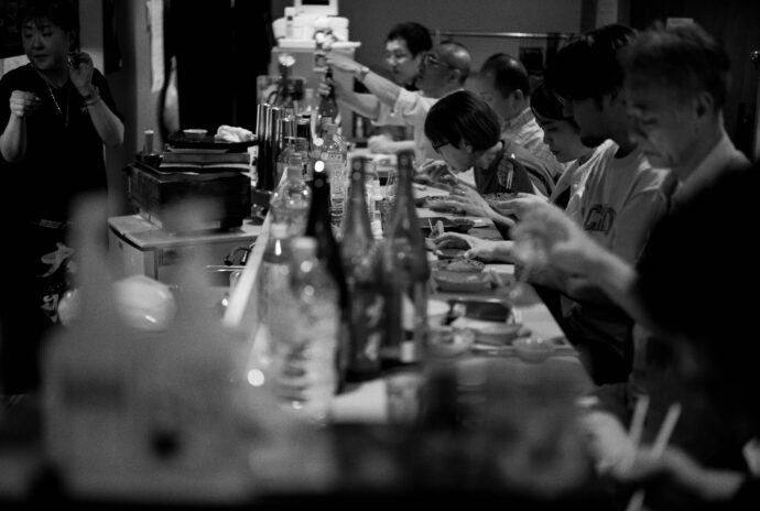地炉の間 じろのま ジロノマ JIRONOMA  地酒バー 居酒屋 　大那の会  2025年6月4日（水）開催 
愛知県名古屋市中区錦3-14-20 ヤマタケビル2F  （株）富屋酒店 かぶしきがいしゃ とみやさけてん カブシキガイシャ　トミヤサケテン TOMIYA SAKETEN 　愛知県名古屋市瑞穂区上坂町1-41-2　地酒屋　豊盃　HOUHAI ほうはい　ホーハイ　三浦酒造  MIURASHUZO日高見　ひたかみ　ヒタカミ HITAKAMI  平孝酒造　HIRAKOSHUZO 天の戸 アマノト　あまのと　AMANOTO　浅舞酒造ASAMAISHUZO　飛露喜 HIROKISHUZOHONTEN　廣木酒造本店　HIROK　大那 DAINA　ダイナ　だいな　菊の里酒造　KIKUNOSATOSHUZO　旭興　KYOKUKO　きょくこう　キョクコウ　渡邉酒造　WATANABESHUZO　仙禽 SENKIN　せんきん　センキン（株）せんきん SENKIN鶴齢　カクレイ　かくれい KAKUREI　青木酒造　AOKISHUZO謙信 ケンシン　けんしん KENSHIN池田屋酒造 IKEDAYASHUZO 白岳仙 HAKUGAKUSEN　ハクガクセン　はくがくせん　安本酒造 YASUMOTOSHUZO 群馬泉 グンマイズミ　ぐんまいずみ 島岡酒造 SHIMAOKASHUZO  喜久醉 きくよい キクヨイKIKUYOI 青島酒造 AOSHIMASHUZO 長珍 ちょうちん　チョウチン長珍酒造CHOCHINSHUZO　みねたからみりん　峯寳 味醂　一子相伝 ミネタカラ　いっしそうでん　イッシソウデン　小笠原味醂 OGASAWARA MIRIN

瀧自慢　たきじまん　タキジマン　瀧自慢酒造　TAKIZIMANSHUZO　田光　TABIKA 早川酒造  HAYAKAWASHUZO　作　ZAKU ざく ザク 清水清三郎商店 SHIMIZUSEIZABUROSHOTEN  篠峯　櫛羅　しのみね　シノミネ　くじら　クジラ　千代酒造　CHIYOSHUZO　雑賀　さいか　サイカ　九重雑賀  KOKONOESAIKA　紀土　鶴梅　無量山　きっど　キッド　KID 　ツルウメ　つるうめ　TURUUME　ムリョウザン　むりょうざん　MURYOZAN　平和酒造　HEIWASHUZO　蒼空　そうくう　ソウクウ　SÔKÛ　藤岡酒造　HUJIOKASHUZO 　宝剣　HOUKEN  宝剣酒造　ほうけんしゅぞう　ホウケンシュゾウ　HOKENSHUZO　清酒竹鶴　小笹屋竹鶴　せいしゅたけつる　セイシュタケツル　おささやたけつる　オササヤタケツル　竹鶴酒造　TAKETURUSHUZO
石鎚　いしづち　イシヅチ　石鎚酒造　ISHIDUCHISHUZO　土佐しらぎく　とさしらぎく　トサシラギク　仙頭酒造場　せんとうしゅぞうじょう　SENDOSHUZOZYO
　
 ブルゴーニュワイン　BOURGOGNE  ボルドーワイン　BORDEAUXカリフォルニアワイン CALIFORNIA  シャンパーニュ  SHAMPAGNEアルザスワイン ALSACE ドイツワイン WEIN GERMAN WINE 専門店　ライカM11　ズミルックス50　レンズ　代表　上田豊二　　きき酒師　焼酎アドバイザー　シャンパーニュシュヴァリエ　堀田駅より徒歩10分　熱田神宮駅より徒歩10分
市バス　牛巻より徒歩３分　地下鉄堀田駅より徒歩１５分　名古屋高速堀田出口より車で２分　牛巻交差点より徒歩５分　レトロ街並み　瓦屋根　裏道　大通りより二本入る　CLASSIC CARクラッシックカー CLASSIC BIKE　クラッシックバイク INTERIA　インテリア　　FASHION　ファッション　MUSIC　音楽　LOVE　SAKE SHOP　酒屋
センス　クリエイト　おたく　　MANIAマニア MOVIE　映画　CINEMA シネマ　2024年春オープン予定 いいねタウン瑞穂 iiNE マルシェ内　グランクレア瑞穂 いいねタウン瑞穂  愛知県名古屋市瑞穂区宝田町四丁目2番、3番2　春敲町三丁目23番1（地番） 魚太郎　UOTARO MIZUHO うおたろう　ウオタロウ　なごやみずほてん　ナゴヤミズホテン　 名古屋瑞穂店  車で1分　徒歩5分　丸明 瑞穂店  MARUAKI MIZUHO　マルアキ ミズホテン　まるあき みずほてん　 徒歩10分　車3分　焼肉 美奈登  ヤキニクミナト　やきにくみなと YAKINIKU MINATO 車で2分　徒歩10分  どての品川　DOTENO SHINAGAWA　ドテノシナガワ　どてのしながわ　車で30秒　徒歩1分昇福亭　SHOHUKUTEI しょうふくてい　ショウフクテイ 街中華　マニア　大盛り　個性派  車で5分　徒歩15分  名店 近くにたくさんあり　堀田バンザイ　牛巻バンザイ　名古屋のへそ
菊の里酒造　大那　KIKUNOSATOSHUZO　DAINA　阿久津　信　AKUTU MAKOTO　代表取締役兼杜氏　栃木県大田原市片府田302-2　創業 慶応2年（1866年）　那須高原の南端に穏やかに広がる田園地帯。侍塚古墳、那須国造碑（日本三古碑）など、数々の歴史的遺産を有する古墳の里。
那珂川とその支流である菷川や蛇尾川がながれ市内のあちこちに、清水や湧水が見られる。慶応2年（1866年）創業。「一流」「君の友」等、代々の銘柄を経て昭和30年（1955年）に菊の里酒造に発展し、現在は主力銘柄「大那」を中心にリキュールなども製造し現在にいたる。大いなる那須の大地の恵みが育んだ手造り清酒「大那」大那特別純米　大那超辛口純米　大那純米吟醸東条産山田錦無濾過生酒　大那特別純米生酛無濾過生酒　大那純米大吟醸斗瓶囲い全国新酒鑑評会出品酒富屋酒店オリジナル500ｍｌボトル　大那仕込み水　大那純米吟醸スパークリング
株式会社富屋酒店　トミヤサケテン　とみやさけてん TOMIYA　SAKETEN　NAGOYA　愛知県名古屋市瑞穂区上坂町1-41-2 tomiya-saketen.com　特約店　特約流通　地酒　ワイン　専門店　 社長　代表　上田豊二　利き酒師　焼酎アドバイザー　シャンパーニュシュヴァリエ　おたく　マニア　堀田駅　熱田神宮駅
名古屋高速　堀田出口すぐ　牛巻交差点すぐ　レトロ街並み　瓦屋根
クラッシックカー　クラッシックバイク　インテリア　ファッション　音楽
センス　クリエイト　おたく　マニア　イキに。ステキに。ナツニハジケルSPARKLING。「大那　DAINA　純米吟醸　＜スパークリング　SPARKLING＞　2023」真夏の低アルコールの旨さを改めて感じさせてくれる素敵な作品。「大那　DAINA　特別純米13　＜低アルコール原酒　LOW  ALCOHOL＞　2023」旨さと飲みやすさの軽快さが真夏ののどごしを潤す。「大那　DAINA　特別純米13　＜低アルコール原酒　LOW ALCOHOL 13＞　2023」夏越しの淡い旨味が心にシミル。「大那　DAINA　純米吟醸　＜夏越し純吟　NATUGOSHI＞　仕込み十九号　無濾過生詰　2023
まろやかな那須産美山錦の味わいが酷暑のヨルを癒す。「大那　DAINA　夏越し純吟　NATUGOSHIJUNGIN　仕込み十九号　無濾過生詰　2023」不動の人気を誇る辛口純米酒の代名詞のひとつ。「大那　DAINA　超辛口純米　SUPERDRY JUNMAI    2023」【TOMIYA  SPECIAL SPECIAL SPECIAL MODEL】「URA DAINA 2023」まったりとスムースに。秋の装いを感じる癒しなひやおろし。「大那　DAINA  特別純米　＜ひやおろし　HIYAOROSHI＞　2023」爽やかさと瑞々しさ溢れるDRYな味わいを。【TOMIYA SPECIAL SPECIAL SPECIAL MODEL】「URA DAINA 2023」極上の艶感と大自然が育む仕込み水とが融合した最高の心地よさを 「大那   DAINA　純米吟醸   ＜東条産 愛山 TOJO AIYAMA＞  R5BY」＜新たな＞大那の世界観を 世界に代表する作品として  「大那   DAINA   純米大吟醸  ＜新たな  ARATANA＞  2023」The environment that nurtured ARATANA（株）富屋酒店 かぶしきがいしゃ とみやさけてん カブシキガイシャ　トミヤサケテン TOMIYA SAKETEN 　愛知県名古屋市瑞穂区上坂町1-41-2　地酒屋　豊盃　HOUHAI ほうはい　ホーハイ　三浦酒造  MIURASHUZO日高見　ひたかみ　ヒタカミ HITAKAMI  平孝酒造　HIRAKOSHUZO 天の戸 アマノト　あまのと　AMANOTO　浅舞酒造 ASAMAISHUZO　飛露喜 HIROKISHUZOHONTEN　廣木酒造本店　HIROK　大那 DAINA　ダイナ　だいな　菊の里酒造　KIKUNOSATOSHUZO　旭興　KYOKUKO　きょくこう　キョクコウ　渡邉酒造　WATANABESHUZO　仙禽 SENKIN　せんきん　センキン（株）せんきん SENKIN鶴齢　カクレイ　かくれい KAKUREI　青木酒造　AOKISHUZO謙信 ケンシン　けんしん KENSHIN池田屋酒造 IKEDAYASHUZO 白岳仙 HAKUGAKUSEN　ハクガクセン　はくがくせん　安本酒造 YASUMOTOSHUZO 群馬泉 グンマイズミ　ぐんまいずみ 島岡酒造 SHIMAOKASHUZO  喜久醉 きくよい キクヨイKIKUYOI 青島酒造 AOSHIMASHUZO 長珍 ちょうちん　チョウチン長珍酒造CHOCHINSHUZO　みねたからみりん　峯寳 味醂　一子相伝 ミネタカラ　いっしそうでん　イッシソウデン　小笠原味醂 OGASAWARA MIRIN

瀧自慢　たきじまん　タキジマン　瀧自慢酒造　TAKIZIMANSHUZO　田光　TABIKA 早川酒造  HAYAKAWASHUZO　作　ZAKU ざく ザク 清水清三郎商店 SHIMIZUSEIZABUROSHOTEN  篠峯　櫛羅　しのみね　シノミネ　くじら　クジラ　千代酒造　CHIYOSHUZO　雑賀　さいか　サイカ　九重雑賀  KOKONOESAIKA　紀土　鶴梅　無量山　きっど　キッド　KID 　ツルウメ　つるうめ　TURUUME　ムリョウザン　むりょうざん　MURYOZAN　平和酒造　HEIWASHUZO　蒼空　そうくう　ソウクウ　SÔKÛ　藤岡酒造　HUJIOKASHUZO 　宝剣　HOUKEN  宝剣酒造　ほうけんしゅぞう　ホウケンシュゾウ　HOKENSHUZO　清酒竹鶴　小笹屋竹鶴　せいしゅたけつる　セイシュタケツル　おささやたけつる　オササヤタケツル　竹鶴酒造　TAKETURUSHUZO
石鎚　いしづち　イシヅチ　石鎚酒造　ISHIDUCHISHUZO　土佐しらぎく　とさしらぎく　トサシラギク　仙頭酒造場　せんとうしゅぞうじょう　SENDOSHUZOZYO　アルガブランカ　ARUGABURANKA勝沼醸造　KATUNUMAJÔZÔ　ドメーヌソガ　ソガ・ペール・エ・フィス SOGA PELE ET FIS　オブセワイナリー　OBUSEWINERY　ドメーヌタカヒコ　DOMAINE TAKAHIKO　クリサワブラン　KURISAWA BLANC　ナカザワワイナリー　NAKAZAWA WINERY　さつま寿　SATUMA KOTOBUKI 　尾込商店 OGOME SHOTEN  蔵の師魂 KURANOSHIKON  小正醸造　KOMASA ＪÔＺÔ　天狗櫻 TENGUSAKURA  白石酒蔵　SHIRAISHISHUZO  しま千両 SHIMASENRYO　高崎酒蔵  TAKASAKISHUZO  杜氏潤平　TOJIJUNPEI  小玉醸造  KODAMAJOZO  赤鹿毛　青鹿毛  AKAKAGE   AOKAGE　柳田酒蔵  YANAGIDASHUZO　舞香　MAIKA　泰明　TAIMEI　藤居醸造　HUZIIJÔＺÔ　池の露　特酎天草　IKENOTUYU  TOKUCHU  AMAKUSA　壱乃醸　飛乃流　朝日　ICHINOJO  HINORYU　ASAHI　朝日酒造　ASAHISHUZO　龍宮　RYUGU 富田酒造場　TOMITASHUZOJO　鳥飼 TORIKAI　鳥飼酒造　TORIKAISHUZO　極楽 GOIKURAKU　林酒造場 HAYASHISHUZOJO　屋久の島大自然林　酔麦香　YAKUNOSHIMA DAISHIZENRIN SUIBASKUKA　本坊酒造　HONBOSHUZO
金峰　金峰荒蘆過  KINPO　KINPOARAROKA　宇都酒造　UTOSHUZO　北谷長老　CHYATANCHÔＲÔ　北谷酒造　CHYATANSHUZO　山原くいな　YAMBARUKUINA　やんばる酒造　YAMBARUSHUZO　
ゑびすや　御器所　焼き鳥　居酒屋　愛知県名古屋市昭和区石仏町2-4
安定感　大将　情熱　日本酒　ワイン　充実　富屋酒店フルラインナップ
長年のパートナー　絶対的信頼関係　ベーシックなメニューの旨さ　抜群
ブルゴーニュ　充実　ワインマニア　ソムリエ　ラック・コーポレーション
ハスミワイン　ヌーヴェル・セレクション　オルヴォー　テラヴェール
宝剣　豊盃　白岳仙　長珍　紀土　田光　大那　飛露喜　土佐しらぎく
日高見　瀧自慢　櫛羅　篠峯　相模灘　竹鶴　旭興　雑賀　喜久醉
（株）富屋酒店 かぶしきがいしゃ とみやさけてん カブシキガイシャ　トミヤサケテン TOMIYA SAKETEN 　愛知県名古屋市瑞穂区上坂町1-41-2　地酒屋　豊盃　HOUHAI ほうはい　ホーハイ　三浦酒造  MIURASHUZO日高見　ひたかみ　ヒタカミ HITAKAMI  平孝酒造　HIRAKOSHUZO 天の戸 アマノト　あまのと　AMANOTO　浅舞酒造 ASAMAISHUZO　飛露喜 HIROKISHUZOHONTEN　廣木酒造本店　HIROK　大那 DAINA　ダイナ　だいな　菊の里酒造　KIKUNOSATOSHUZO　旭興　KYOKUKO　きょくこう　キョクコウ　渡邉酒造　WATANABESHUZO　仙禽 SENKIN　せんきん　センキン（株）せんきん SENKIN鶴齢　カクレイ　かくれい KAKUREI　青木酒造　AOKISHUZO謙信 ケンシン　けんしん KENSHIN池田屋酒造 IKEDAYASHUZO 白岳仙 HAKUGAKUSEN　ハクガクセン　はくがくせん　安本酒造 YASUMOTOSHUZO 群馬泉 グンマイズミ　ぐんまいずみ 島岡酒造 SHIMAOKASHUZO  喜久醉 きくよい キクヨイKIKUYOI 青島酒造 AOSHIMASHUZO 長珍 ちょうちん　チョウチン長珍酒造CHOCHINSHUZO　みねたからみりん　峯寳 味醂　一子相伝 ミネタカラ　いっしそうでん　イッシソウデン　小笠原味醂 OGASAWARA MIRIN

瀧自慢　たきじまん　タキジマン　瀧自慢酒造　TAKIZIMANSHUZO　田光　TABIKA 早川酒造  HAYAKAWASHUZO　作　ZAKU ざく ザク 清水清三郎商店 SHIMIZUSEIZABUROSHOTEN  篠峯　櫛羅　しのみね　シノミネ　くじら　クジラ　千代酒造　CHIYOSHUZO　雑賀　さいか　サイカ　九重雑賀  KOKONOESAIKA　紀土　鶴梅　無量山　きっど　キッド　KID 　ツルウメ　つるうめ　TURUUME　ムリョウザン　むりょうざん　MURYOZAN　平和酒造　HEIWASHUZO　蒼空　そうくう　ソウクウ　SÔKÛ　藤岡酒造　HUJIOKASHUZO 　宝剣　HOUKEN  宝剣酒造　ほうけんしゅぞう　ホウケンシュゾウ　HOKENSHUZO　清酒竹鶴　小笹屋竹鶴　せいしゅたけつる　セイシュタケツル　おささやたけつる　オササヤタケツル　竹鶴酒造　TAKETURUSHUZO
石鎚　いしづち　イシヅチ　石鎚酒造　ISHIDUCHISHUZO　土佐しらぎく　とさしらぎく　トサシラギク　仙頭酒造場　せんとうしゅぞうじょう　SENDOSHUZOZYO
　
 ブルゴーニュワイン　BOURGOGNE  ボルドーワイン　BORDEAUXカリフォルニアワイン CALIFORNIA  シャンパーニュ  SHAMPAGNEアルザスワイン ALSACE ドイツワイン WEIN GERMAN WINE 専門店　ライカM11　ズミルックス50　レンズ　代表　上田豊二　　きき酒師　焼酎アドバイザー　シャンパーニュシュヴァリエ　堀田駅より徒歩10分　熱田神宮駅より徒歩10分雄町の魅力を大那流に表現した名古屋発信の唯一無二の作品 「大那  DAINA  【TOMIYA ORIGINAL】＜オマチダイナ  OMACHI DAINA＞  2024」
市バス　牛巻より徒歩３分　地下鉄堀田駅より徒歩１５分　名古屋高速堀田出口より車で２分　牛巻交差点より徒歩５分　レトロ街並み　瓦屋根　裏道　大通りより二本入る　CLASSIC CARクラッシックカー CLASSIC BIKE　クラッシックバイク INTERIA　インテリア　　FASHION　ファッション　MUSIC　音楽　LOVE　SAKE SHOP　酒屋
センス　クリエイト　おたく　　MANIAマニア MOVIE　映画　CINEMA シネマ　2024年春オープン予定 いいねタウン瑞穂 iiNE マルシェ内　グランクレア瑞穂 いいねタウン瑞穂  愛知県名古屋市瑞穂区宝田町四丁目2番、3番2　春敲町三丁目23番1（地番） 魚太郎　UOTARO MIZUHO うおたろう　ウオタロウ　なごやみずほてん　ナゴヤミズホテン　 名古屋瑞穂店  車で1分　徒歩5分　丸明 瑞穂店  MARUAKI MIZUHO　マルアキ ミズホテン　まるあき みずほてん　 徒歩10分　車3分　焼肉 美奈登  ヤキニクミナト　やきにくみなと YAKINIKU MINATO 車で2分　徒歩10分  どての品川　DOTENO SHINAGAWA　ドテノシナガワ　どてのしながわ　車で30秒　徒歩1分昇福亭　SHOHUKUTEI しょうふくてい　ショウフクテイ 街中華　マニア　大盛り　個性派  車で5分　徒歩15分  名店 近くにたくさんあり　堀田バンザイ　牛巻バンザイ　名古屋のへそ
活き活きとしたフレッシュさを全身で味わうエクスタシー「大那  DAINA  特別純米   仕込み壱号 ＜初しぼり  HASTUSHIBORI＞  R5BY」美しき味わいと優しさが共存する癒しのジュンダイ  「大那  DAINA  純米大吟醸   ＜夢ささら35  YUMESASARA＞  2023」那須五百万石のピュアさとポテンシャルを存分に味わう  「大那　DAINA  純米吟醸   ＜あらばしり  生酒   ARABASHIRI＞ R5BY」雄町のふくよかさを大那流に表現した別注品【TOMIYA SPECIAL SPECIAL SPECIAL MODEL】「DAINA OMACHI ダイナオマチ  2024」

