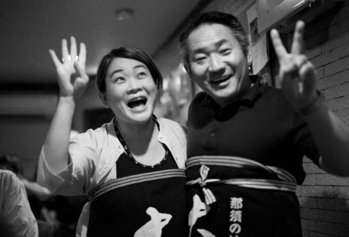 地炉の間 じろのま ジロノマ JIRONOMA  地酒バー 居酒屋 　大那の会  2025年6月4日（水）開催 
愛知県名古屋市中区錦3-14-20 ヤマタケビル2F  （株）富屋酒店 かぶしきがいしゃ とみやさけてん カブシキガイシャ　トミヤサケテン TOMIYA SAKETEN 　愛知県名古屋市瑞穂区上坂町1-41-2　地酒屋　豊盃　HOUHAI ほうはい　ホーハイ　三浦酒造  MIURASHUZO日高見　ひたかみ　ヒタカミ HITAKAMI  平孝酒造　HIRAKOSHUZO 天の戸 アマノト　あまのと　AMANOTO　浅舞酒造ASAMAISHUZO　飛露喜 HIROKISHUZOHONTEN　廣木酒造本店　HIROK　大那 DAINA　ダイナ　だいな　菊の里酒造　KIKUNOSATOSHUZO　旭興　KYOKUKO　きょくこう　キョクコウ　渡邉酒造　WATANABESHUZO　仙禽 SENKIN　せんきん　センキン（株）せんきん SENKIN鶴齢　カクレイ　かくれい KAKUREI　青木酒造　AOKISHUZO謙信 ケンシン　けんしん KENSHIN池田屋酒造 IKEDAYASHUZO 白岳仙 HAKUGAKUSEN　ハクガクセン　はくがくせん　安本酒造 YASUMOTOSHUZO 群馬泉 グンマイズミ　ぐんまいずみ 島岡酒造 SHIMAOKASHUZO  喜久醉 きくよい キクヨイKIKUYOI 青島酒造 AOSHIMASHUZO 長珍 ちょうちん　チョウチン長珍酒造CHOCHINSHUZO　みねたからみりん　峯寳 味醂　一子相伝 ミネタカラ　いっしそうでん　イッシソウデン　小笠原味醂 OGASAWARA MIRIN

瀧自慢　たきじまん　タキジマン　瀧自慢酒造　TAKIZIMANSHUZO　田光　TABIKA 早川酒造  HAYAKAWASHUZO　作　ZAKU ざく ザク 清水清三郎商店 SHIMIZUSEIZABUROSHOTEN  篠峯　櫛羅　しのみね　シノミネ　くじら　クジラ　千代酒造　CHIYOSHUZO　雑賀　さいか　サイカ　九重雑賀  KOKONOESAIKA　紀土　鶴梅　無量山　きっど　キッド　KID 　ツルウメ　つるうめ　TURUUME　ムリョウザン　むりょうざん　MURYOZAN　平和酒造　HEIWASHUZO　蒼空　そうくう　ソウクウ　SÔKÛ　藤岡酒造　HUJIOKASHUZO 　宝剣　HOUKEN  宝剣酒造　ほうけんしゅぞう　ホウケンシュゾウ　HOKENSHUZO　清酒竹鶴　小笹屋竹鶴　せいしゅたけつる　セイシュタケツル　おささやたけつる　オササヤタケツル　竹鶴酒造　TAKETURUSHUZO
石鎚　いしづち　イシヅチ　石鎚酒造　ISHIDUCHISHUZO　土佐しらぎく　とさしらぎく　トサシラギク　仙頭酒造場　せんとうしゅぞうじょう　SENDOSHUZOZYO
　
 ブルゴーニュワイン　BOURGOGNE  ボルドーワイン　BORDEAUXカリフォルニアワイン CALIFORNIA  シャンパーニュ  SHAMPAGNEアルザスワイン ALSACE ドイツワイン WEIN GERMAN WINE 専門店　ライカM11　ズミルックス50　レンズ　代表　上田豊二　　きき酒師　焼酎アドバイザー　シャンパーニュシュヴァリエ　堀田駅より徒歩10分　熱田神宮駅より徒歩10分
市バス　牛巻より徒歩３分　地下鉄堀田駅より徒歩１５分　名古屋高速堀田出口より車で２分　牛巻交差点より徒歩５分　レトロ街並み　瓦屋根　裏道　大通りより二本入る　CLASSIC CARクラッシックカー CLASSIC BIKE　クラッシックバイク INTERIA　インテリア　　FASHION　ファッション　MUSIC　音楽　LOVE　SAKE SHOP　酒屋
センス　クリエイト　おたく　　MANIAマニア MOVIE　映画　CINEMA シネマ　2024年春オープン予定 いいねタウン瑞穂 iiNE マルシェ内　グランクレア瑞穂 いいねタウン瑞穂  愛知県名古屋市瑞穂区宝田町四丁目2番、3番2　春敲町三丁目23番1（地番） 魚太郎　UOTARO MIZUHO うおたろう　ウオタロウ　なごやみずほてん　ナゴヤミズホテン　 名古屋瑞穂店  車で1分　徒歩5分　丸明 瑞穂店  MARUAKI MIZUHO　マルアキ ミズホテン　まるあき みずほてん　 徒歩10分　車3分　焼肉 美奈登  ヤキニクミナト　やきにくみなと YAKINIKU MINATO 車で2分　徒歩10分  どての品川　DOTENO SHINAGAWA　ドテノシナガワ　どてのしながわ　車で30秒　徒歩1分昇福亭　SHOHUKUTEI しょうふくてい　ショウフクテイ 街中華　マニア　大盛り　個性派  車で5分　徒歩15分  名店 近くにたくさんあり　堀田バンザイ　牛巻バンザイ　名古屋のへそ
菊の里酒造　大那　KIKUNOSATOSHUZO　DAINA　阿久津　信　AKUTU MAKOTO　代表取締役兼杜氏　栃木県大田原市片府田302-2　創業 慶応2年（1866年）　那須高原の南端に穏やかに広がる田園地帯。侍塚古墳、那須国造碑（日本三古碑）など、数々の歴史的遺産を有する古墳の里。
那珂川とその支流である菷川や蛇尾川がながれ市内のあちこちに、清水や湧水が見られる。慶応2年（1866年）創業。「一流」「君の友」等、代々の銘柄を経て昭和30年（1955年）に菊の里酒造に発展し、現在は主力銘柄「大那」を中心にリキュールなども製造し現在にいたる。大いなる那須の大地の恵みが育んだ手造り清酒「大那」大那特別純米　大那超辛口純米　大那純米吟醸東条産山田錦無濾過生酒　大那特別純米生酛無濾過生酒　大那純米大吟醸斗瓶囲い全国新酒鑑評会出品酒富屋酒店オリジナル500ｍｌボトル　大那仕込み水　大那純米吟醸スパークリング
株式会社富屋酒店　トミヤサケテン　とみやさけてん TOMIYA　SAKETEN　NAGOYA　愛知県名古屋市瑞穂区上坂町1-41-2 tomiya-saketen.com　特約店　特約流通　地酒　ワイン　専門店　 社長　代表　上田豊二　利き酒師　焼酎アドバイザー　シャンパーニュシュヴァリエ　おたく　マニア　堀田駅　熱田神宮駅
名古屋高速　堀田出口すぐ　牛巻交差点すぐ　レトロ街並み　瓦屋根
クラッシックカー　クラッシックバイク　インテリア　ファッション　音楽
センス　クリエイト　おたく　マニア　イキに。ステキに。ナツニハジケルSPARKLING。「大那　DAINA　純米吟醸　＜スパークリング　SPARKLING＞　2023」真夏の低アルコールの旨さを改めて感じさせてくれる素敵な作品。「大那　DAINA　特別純米13　＜低アルコール原酒　LOW  ALCOHOL＞　2023」旨さと飲みやすさの軽快さが真夏ののどごしを潤す。「大那　DAINA　特別純米13　＜低アルコール原酒　LOW ALCOHOL 13＞　2023」夏越しの淡い旨味が心にシミル。「大那　DAINA　純米吟醸　＜夏越し純吟　NATUGOSHI＞　仕込み十九号　無濾過生詰　2023
まろやかな那須産美山錦の味わいが酷暑のヨルを癒す。「大那　DAINA　夏越し純吟　NATUGOSHIJUNGIN　仕込み十九号　無濾過生詰　2023」不動の人気を誇る辛口純米酒の代名詞のひとつ。「大那　DAINA　超辛口純米　SUPERDRY JUNMAI    2023」【TOMIYA  SPECIAL SPECIAL SPECIAL MODEL】「URA DAINA 2023」まったりとスムースに。秋の装いを感じる癒しなひやおろし。「大那　DAINA  特別純米　＜ひやおろし　HIYAOROSHI＞　2023」爽やかさと瑞々しさ溢れるDRYな味わいを。【TOMIYA SPECIAL SPECIAL SPECIAL MODEL】「URA DAINA 2023」極上の艶感と大自然が育む仕込み水とが融合した最高の心地よさを 「大那   DAINA　純米吟醸   ＜東条産 愛山 TOJO AIYAMA＞  R5BY」＜新たな＞大那の世界観を 世界に代表する作品として  「大那   DAINA   純米大吟醸  ＜新たな  ARATANA＞  2023」The environment that nurtured ARATANA（株）富屋酒店 かぶしきがいしゃ とみやさけてん カブシキガイシャ　トミヤサケテン TOMIYA SAKETEN 　愛知県名古屋市瑞穂区上坂町1-41-2　地酒屋　豊盃　HOUHAI ほうはい　ホーハイ　三浦酒造  MIURASHUZO日高見　ひたかみ　ヒタカミ HITAKAMI  平孝酒造　HIRAKOSHUZO 天の戸 アマノト　あまのと　AMANOTO　浅舞酒造 ASAMAISHUZO　飛露喜 HIROKISHUZOHONTEN　廣木酒造本店　HIROK　大那 DAINA　ダイナ　だいな　菊の里酒造　KIKUNOSATOSHUZO　旭興　KYOKUKO　きょくこう　キョクコウ　渡邉酒造　WATANABESHUZO　仙禽 SENKIN　せんきん　センキン（株）せんきん SENKIN鶴齢　カクレイ　かくれい KAKUREI　青木酒造　AOKISHUZO謙信 ケンシン　けんしん KENSHIN池田屋酒造 IKEDAYASHUZO 白岳仙 HAKUGAKUSEN　ハクガクセン　はくがくせん　安本酒造 YASUMOTOSHUZO 群馬泉 グンマイズミ　ぐんまいずみ 島岡酒造 SHIMAOKASHUZO  喜久醉 きくよい キクヨイKIKUYOI 青島酒造 AOSHIMASHUZO 長珍 ちょうちん　チョウチン長珍酒造CHOCHINSHUZO　みねたからみりん　峯寳 味醂　一子相伝 ミネタカラ　いっしそうでん　イッシソウデン　小笠原味醂 OGASAWARA MIRIN

瀧自慢　たきじまん　タキジマン　瀧自慢酒造　TAKIZIMANSHUZO　田光　TABIKA 早川酒造  HAYAKAWASHUZO　作　ZAKU ざく ザク 清水清三郎商店 SHIMIZUSEIZABUROSHOTEN  篠峯　櫛羅　しのみね　シノミネ　くじら　クジラ　千代酒造　CHIYOSHUZO　雑賀　さいか　サイカ　九重雑賀  KOKONOESAIKA　紀土　鶴梅　無量山　きっど　キッド　KID 　ツルウメ　つるうめ　TURUUME　ムリョウザン　むりょうざん　MURYOZAN　平和酒造　HEIWASHUZO　蒼空　そうくう　ソウクウ　SÔKÛ　藤岡酒造　HUJIOKASHUZO 　宝剣　HOUKEN  宝剣酒造　ほうけんしゅぞう　ホウケンシュゾウ　HOKENSHUZO　清酒竹鶴　小笹屋竹鶴　せいしゅたけつる　セイシュタケツル　おささやたけつる　オササヤタケツル　竹鶴酒造　TAKETURUSHUZO
石鎚　いしづち　イシヅチ　石鎚酒造　ISHIDUCHISHUZO　土佐しらぎく　とさしらぎく　トサシラギク　仙頭酒造場　せんとうしゅぞうじょう　SENDOSHUZOZYO　アルガブランカ　ARUGABURANKA勝沼醸造　KATUNUMAJÔZÔ　ドメーヌソガ　ソガ・ペール・エ・フィス SOGA PELE ET FIS　オブセワイナリー　OBUSEWINERY　ドメーヌタカヒコ　DOMAINE TAKAHIKO　クリサワブラン　KURISAWA BLANC　ナカザワワイナリー　NAKAZAWA WINERY　さつま寿　SATUMA KOTOBUKI 　尾込商店 OGOME SHOTEN  蔵の師魂 KURANOSHIKON  小正醸造　KOMASA ＪÔＺÔ　天狗櫻 TENGUSAKURA  白石酒蔵　SHIRAISHISHUZO  しま千両 SHIMASENRYO　高崎酒蔵  TAKASAKISHUZO  杜氏潤平　TOJIJUNPEI  小玉醸造  KODAMAJOZO  赤鹿毛　青鹿毛  AKAKAGE   AOKAGE　柳田酒蔵  YANAGIDASHUZO　舞香　MAIKA　泰明　TAIMEI　藤居醸造　HUZIIJÔＺÔ　池の露　特酎天草　IKENOTUYU  TOKUCHU  AMAKUSA　壱乃醸　飛乃流　朝日　ICHINOJO  HINORYU　ASAHI　朝日酒造　ASAHISHUZO　龍宮　RYUGU 富田酒造場　TOMITASHUZOJO　鳥飼 TORIKAI　鳥飼酒造　TORIKAISHUZO　極楽 GOIKURAKU　林酒造場 HAYASHISHUZOJO　屋久の島大自然林　酔麦香　YAKUNOSHIMA DAISHIZENRIN SUIBASKUKA　本坊酒造　HONBOSHUZO
金峰　金峰荒蘆過  KINPO　KINPOARAROKA　宇都酒造　UTOSHUZO　北谷長老　CHYATANCHÔＲÔ　北谷酒造　CHYATANSHUZO　山原くいな　YAMBARUKUINA　やんばる酒造　YAMBARUSHUZO　
ゑびすや　御器所　焼き鳥　居酒屋　愛知県名古屋市昭和区石仏町2-4
安定感　大将　情熱　日本酒　ワイン　充実　富屋酒店フルラインナップ
長年のパートナー　絶対的信頼関係　ベーシックなメニューの旨さ　抜群
ブルゴーニュ　充実　ワインマニア　ソムリエ　ラック・コーポレーション
ハスミワイン　ヌーヴェル・セレクション　オルヴォー　テラヴェール
宝剣　豊盃　白岳仙　長珍　紀土　田光　大那　飛露喜　土佐しらぎく
日高見　瀧自慢　櫛羅　篠峯　相模灘　竹鶴　旭興　雑賀　喜久醉
（株）富屋酒店 かぶしきがいしゃ とみやさけてん カブシキガイシャ　トミヤサケテン TOMIYA SAKETEN 　愛知県名古屋市瑞穂区上坂町1-41-2　地酒屋　豊盃　HOUHAI ほうはい　ホーハイ　三浦酒造  MIURASHUZO日高見　ひたかみ　ヒタカミ HITAKAMI  平孝酒造　HIRAKOSHUZO 天の戸 アマノト　あまのと　AMANOTO　浅舞酒造 ASAMAISHUZO　飛露喜 HIROKISHUZOHONTEN　廣木酒造本店　HIROK　大那 DAINA　ダイナ　だいな　菊の里酒造　KIKUNOSATOSHUZO　旭興　KYOKUKO　きょくこう　キョクコウ　渡邉酒造　WATANABESHUZO　仙禽 SENKIN　せんきん　センキン（株）せんきん SENKIN鶴齢　カクレイ　かくれい KAKUREI　青木酒造　AOKISHUZO謙信 ケンシン　けんしん KENSHIN池田屋酒造 IKEDAYASHUZO 白岳仙 HAKUGAKUSEN　ハクガクセン　はくがくせん　安本酒造 YASUMOTOSHUZO 群馬泉 グンマイズミ　ぐんまいずみ 島岡酒造 SHIMAOKASHUZO  喜久醉 きくよい キクヨイKIKUYOI 青島酒造 AOSHIMASHUZO 長珍 ちょうちん　チョウチン長珍酒造CHOCHINSHUZO　みねたからみりん　峯寳 味醂　一子相伝 ミネタカラ　いっしそうでん　イッシソウデン　小笠原味醂 OGASAWARA MIRIN

瀧自慢　たきじまん　タキジマン　瀧自慢酒造　TAKIZIMANSHUZO　田光　TABIKA 早川酒造  HAYAKAWASHUZO　作　ZAKU ざく ザク 清水清三郎商店 SHIMIZUSEIZABUROSHOTEN  篠峯　櫛羅　しのみね　シノミネ　くじら　クジラ　千代酒造　CHIYOSHUZO　雑賀　さいか　サイカ　九重雑賀  KOKONOESAIKA　紀土　鶴梅　無量山　きっど　キッド　KID 　ツルウメ　つるうめ　TURUUME　ムリョウザン　むりょうざん　MURYOZAN　平和酒造　HEIWASHUZO　蒼空　そうくう　ソウクウ　SÔKÛ　藤岡酒造　HUJIOKASHUZO 　宝剣　HOUKEN  宝剣酒造　ほうけんしゅぞう　ホウケンシュゾウ　HOKENSHUZO　清酒竹鶴　小笹屋竹鶴　せいしゅたけつる　セイシュタケツル　おささやたけつる　オササヤタケツル　竹鶴酒造　TAKETURUSHUZO
石鎚　いしづち　イシヅチ　石鎚酒造　ISHIDUCHISHUZO　土佐しらぎく　とさしらぎく　トサシラギク　仙頭酒造場　せんとうしゅぞうじょう　SENDOSHUZOZYO
　
 ブルゴーニュワイン　BOURGOGNE  ボルドーワイン　BORDEAUXカリフォルニアワイン CALIFORNIA  シャンパーニュ  SHAMPAGNEアルザスワイン ALSACE ドイツワイン WEIN GERMAN WINE 専門店　ライカM11　ズミルックス50　レンズ　代表　上田豊二　　きき酒師　焼酎アドバイザー　シャンパーニュシュヴァリエ　堀田駅より徒歩10分　熱田神宮駅より徒歩10分雄町の魅力を大那流に表現した名古屋発信の唯一無二の作品 「大那  DAINA  【TOMIYA ORIGINAL】＜オマチダイナ  OMACHI DAINA＞  2024」
市バス　牛巻より徒歩３分　地下鉄堀田駅より徒歩１５分　名古屋高速堀田出口より車で２分　牛巻交差点より徒歩５分　レトロ街並み　瓦屋根　裏道　大通りより二本入る　CLASSIC CARクラッシックカー CLASSIC BIKE　クラッシックバイク INTERIA　インテリア　　FASHION　ファッション　MUSIC　音楽　LOVE　SAKE SHOP　酒屋
センス　クリエイト　おたく　　MANIAマニア MOVIE　映画　CINEMA シネマ　2024年春オープン予定 いいねタウン瑞穂 iiNE マルシェ内　グランクレア瑞穂 いいねタウン瑞穂  愛知県名古屋市瑞穂区宝田町四丁目2番、3番2　春敲町三丁目23番1（地番） 魚太郎　UOTARO MIZUHO うおたろう　ウオタロウ　なごやみずほてん　ナゴヤミズホテン　 名古屋瑞穂店  車で1分　徒歩5分　丸明 瑞穂店  MARUAKI MIZUHO　マルアキ ミズホテン　まるあき みずほてん　 徒歩10分　車3分　焼肉 美奈登  ヤキニクミナト　やきにくみなと YAKINIKU MINATO 車で2分　徒歩10分  どての品川　DOTENO SHINAGAWA　ドテノシナガワ　どてのしながわ　車で30秒　徒歩1分昇福亭　SHOHUKUTEI しょうふくてい　ショウフクテイ 街中華　マニア　大盛り　個性派  車で5分　徒歩15分  名店 近くにたくさんあり　堀田バンザイ　牛巻バンザイ　名古屋のへそ
活き活きとしたフレッシュさを全身で味わうエクスタシー「大那  DAINA  特別純米   仕込み壱号 ＜初しぼり  HASTUSHIBORI＞  R5BY」美しき味わいと優しさが共存する癒しのジュンダイ  「大那  DAINA  純米大吟醸   ＜夢ささら35  YUMESASARA＞  2023」那須五百万石のピュアさとポテンシャルを存分に味わう  「大那　DAINA  純米吟醸   ＜あらばしり  生酒   ARABASHIRI＞ R5BY」雄町のふくよかさを大那流に表現した別注品【TOMIYA SPECIAL SPECIAL SPECIAL MODEL】「DAINA OMACHI ダイナオマチ  2024」

