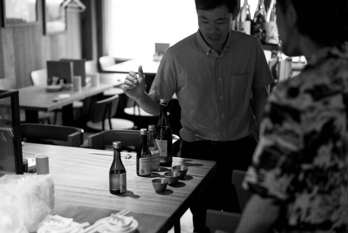 瀧自慢酒造　TAKIJIMAN　SHUZO　たきじまんしゅぞう　滝水流　はやせ　ハヤセ
タキジマンシュゾウ　純米大吟醸　大吟醸　令和4年全国新酒鑑評会　HAYASE
辛口純米　純米吟醸　山廃仕込み　伊賀山田錦　五百万石　愛山　神の穂　北雫
雄町　オオサンショウウオ生息　究極の食中酒　伊賀の酒　伊勢志摩サミット乾杯酒
金賞受賞蔵　インターナショナル　ワイン　チャレンジ　2022　IWC　山廃仕込み
INTERNATIONAL　WINE　CHALLENGE　純米　純米吟醸　平成の銘水100選
赤目四十八滝　滝本ファミリー　赤目口　老舗　手造り　拘り　伊賀の地酒
百人が一杯飲む酒より、一人が百杯飲みたくなる酒　小さな仕込みタンク　
株式会社　富屋酒店　TOMIYA　SAKETEN　NAGOYA　トミヤサケン
とみやさけてん　代表取締役　上田豊二　おたく　マニア　高級飲食店専門取引
　愛知県名古屋市瑞穂区上坂町1-41-2　名古屋特約店　特約流通　地酒　ワイン　専門店
　ライカM11　ズミルックス50　レンズ　堀田駅　熱田神宮駅
名古屋高速　堀田出口すぐ　牛巻交差点すぐ　レトロ街並み　瓦屋根
クラッシックバイク　クラッシックカー　インテリア　ファッション　センス　
音楽　ミュージック　映画　シネマ　おたく　マニア　美しきキレ感を持つ、盃を重ねたくなるその味わいを。「瀧自慢　TAKIZIMAN　＜純米大吟醸　JUNMAIDAIGINJO＞」初夏を思わせる爽やかな風のような清涼感。「瀧自慢　TAKIZIMAN　純米吟醸　＜北雫50  KITASHIZUKU＞　2023」
　東海地区を代表する辛口純米の名作。「瀧自慢　TAKIZIMAN　辛口純米　＜滝水流～はやせ～  HAYASE＞　2023」豊かな膨らみがゆったりひろがる秋模様満載のひやおろし。「瀧自慢　TAKIZIMAN　純米　＜神の穂　KAMINOHO  秋あがり＞　2023」凝縮した極上の艶感を存分に楽しむ。「瀧自慢　TAKIZIMAN　純米大吟醸　＜愛山　AIYAMA＞　2023」瀧自慢酒造　TAKIZIMAN　SHUZO　たきじまんしゅぞう　滝水流　はやせ　ハヤセ
タキジマンシュゾウ　純米大吟醸　大吟醸　令和4年全国新酒鑑評会　HAYASE
辛口純米　純米吟醸　山廃仕込み　伊賀山田錦　五百万石　愛山　神の穂　北雫
雄町　オオサンショウウオ生息　究極の食中酒　伊賀の酒　伊勢志摩サミット乾杯酒
金賞受賞蔵　インターナショナル　ワイン　チャレンジ　2022　IWC　山廃仕込み
INTERNATIONAL　WINE　CHALLENGE　純米　純米吟醸　平成の銘水100選
赤目四十八滝　滝本ファミリー　赤目口　老舗　手造り　拘り　伊賀の地酒
百人が一杯飲む酒より、一人が百杯飲みたくなる酒　小さな仕込みタンク　
株式会社　富屋酒店　TOMIYA　SAKETEN　NAGOYA　トミヤサケン
とみやさけてん　代表取締役　上田豊二　おたく　マニア　高級飲食店専門取引
　愛知県名古屋市瑞穂区上坂町1-41-2　名古屋特約店　特約流通　地酒　ワイン　専門店
　ライカM11　ズミルックス50　レンズ　堀田駅　熱田神宮駅
名古屋高速　堀田出口すぐ　牛巻交差点すぐ　レトロ街並み　瓦屋根
クラッシックバイク　クラッシックカー　インテリア　ファッション　センス　
音楽　ミュージック　映画　シネマ　おたく　マニア　美しきキレ感を持つ、盃を重ねたくなるその味わいを。「瀧自慢　TAKIZIMAN　＜純米大吟醸　JUNMAIDAIGINJO＞」初夏を思わせる爽やかな風のような清涼感。「瀧自慢　TAKIZIMAN　純米吟醸　＜北雫50  KITASHIZUKU＞　2023」
　東海地区を代表する辛口純米の名作。「瀧自慢　TAKIZIMAN　辛口純米　＜滝水流～はやせ～  HAYASE＞　2023」豊かな膨らみがゆったりひろがる秋模様満載のひやおろし。「瀧自慢　TAKIZIMAN　純米　＜神の穂　KAMINOHO  秋あがり＞　2023」凝縮した極上の艶感を存分に楽しむ。「瀧自慢　TAKIZIMAN　純米大吟醸　＜愛山　AIYAMA＞　2023」日本酒ゴーアラウンド 2023　NIHONNSHU GO AROUND　にほんしゅ ごーあらうんど  2023年10月1日 日曜日 桜びより 日本酒 バー 居酒屋　日本料理  愛知県名古屋市中区栄3-9-17ウィンゼンビルＢ1F　中川貴代　あーちゃん　おばんざい　名古屋超絶人気店　予約必須　富屋酒店　日本酒ラインナップ充実　瀧自慢酒造　杉本龍也　専務取締役　長年特約店　名古屋初取引　特約店　全ラインナップ　取り扱い　滝水流　はやせ
純米吟醸　八反錦50　北雫50　吟風50　秋あがり　神の穂　お燗　旨し　
愛山が放つ極上の艶感を存分に味わう  「瀧自慢　TAKIZIMAN　純米大吟醸 　＜愛山  AIYAMA＞  2023」
癒しの山廃のニュアンスが映り行く季節のお料理を引き立てる 「瀧自慢   TAKIZIMAN  ＜山廃純米  YAMAHAI JUNMAI＞  2023」全国新酒鑑評会にて金賞受賞の実力を  「瀧自慢　TAKIZIMAN  大吟醸　＜金賞受賞酒  GORDMEDAL＞ 2023」（株）富屋酒店 かぶしきがいしゃ とみやさけてん カブシキガイシャ　トミヤサケテン TOMIYA SAKETEN 　愛知県名古屋市瑞穂区上坂町1-41-2　地酒屋　豊盃　HOUHAI ほうはい　ホーハイ　三浦酒造  MIURASHUZO日高見　ひたかみ　ヒタカミ HITAKAMI  平孝酒造　HIRAKOSHUZO 天の戸 アマノト　あまのと　AMANOTO　浅舞酒造 ASAMAISHUZO　飛露喜 HIROKISHUZOHONTEN　廣木酒造本店　HIROK　大那 DAINA　ダイナ　だいな　菊の里酒造　KIKUNOSATOSHUZO　旭興　KYOKUKO　きょくこう　キョクコウ　渡邉酒造　WATANABESHUZO　仙禽 SENKIN　せんきん　センキン（株）せんきん SENKIN鶴齢　カクレイ　かくれい KAKUREI　青木酒造　AOKISHUZO謙信 ケンシン　けんしん KENSHIN池田屋酒造 IKEDAYASHUZO 白岳仙 HAKUGAKUSEN　ハクガクセン　はくがくせん　安本酒造 YASUMOTOSHUZO 群馬泉 グンマイズミ　ぐんまいずみ 島岡酒造 SHIMAOKASHUZO  喜久醉 きくよい キクヨイKIKUYOI 青島酒造 AOSHIMASHUZO 長珍 ちょうちん　チョウチン長珍酒造CHOCHINSHUZO　みねたからみりん　峯寳 味醂　一子相伝 ミネタカラ　いっしそうでん　イッシソウデン　小笠原味醂 OGASAWARA MIRIN

瀧自慢　たきじまん　タキジマン　瀧自慢酒造　TAKIZIMANSHUZO　田光　TABIKA 早川酒造  HAYAKAWASHUZO　作　ZAKU ざく ザク 清水清三郎商店 SHIMIZUSEIZABUROSHOTEN  篠峯　櫛羅　しのみね　シノミネ　くじら　クジラ　千代酒造　CHIYOSHUZO　雑賀　さいか　サイカ　九重雑賀  KOKONOESAIKA　紀土　鶴梅　無量山　きっど　キッド　KID 　ツルウメ　つるうめ　TURUUME　ムリョウザン　むりょうざん　MURYOZAN　平和酒造　HEIWASHUZO　蒼空　そうくう　ソウクウ　SÔKÛ　藤岡酒造　HUJIOKASHUZO 　宝剣　HOUKEN  宝剣酒造　ほうけんしゅぞう　ホウケンシュゾウ　HOKENSHUZO　清酒竹鶴　小笹屋竹鶴　せいしゅたけつる　セイシュタケツル　おささやたけつる　オササヤタケツル　竹鶴酒造　TAKETURUSHUZO
石鎚　いしづち　イシヅチ　石鎚酒造　ISHIDUCHISHUZO　土佐しらぎく　とさしらぎく　トサシラギク　仙頭酒造場　せんとうしゅぞうじょう　SENDOSHUZOZYO　アルガブランカ　ARUGABURANKA勝沼醸造　KATUNUMAJÔZÔ　ドメーヌソガ　ソガ・ペール・エ・フィス SOGA PELE ET FIS　オブセワイナリー　OBUSEWINERY　ドメーヌタカヒコ　DOMAINE TAKAHIKO　クリサワブラン　KURISAWA BLANC　ナカザワワイナリー　NAKAZAWA WINERY　さつま寿　SATUMA KOTOBUKI 　尾込商店 OGOME SHOTEN  蔵の師魂 KURANOSHIKON  小正醸造　KOMASA ＪÔＺÔ　天狗櫻 TENGUSAKURA  白石酒蔵　SHIRAISHISHUZO  しま千両 SHIMASENRYO　高崎酒蔵  TAKASAKISHUZO  杜氏潤平　TOJIJUNPEI  小玉醸造  KODAMAJOZO  赤鹿毛　青鹿毛  AKAKAGE   AOKAGE　柳田酒蔵  YANAGIDASHUZO　舞香　MAIKA　泰明　TAIMEI　藤居醸造　HUZIIJÔＺÔ　池の露　特酎天草　IKENOTUYU  TOKUCHU  AMAKUSA　壱乃醸　飛乃流　朝日　ICHINOJO  HINORYU　ASAHI　朝日酒造　ASAHISHUZO　龍宮　RYUGU 富田酒造場　TOMITASHUZOJO　鳥飼 TORIKAI　鳥飼酒造　TORIKAISHUZO　極楽 GOIKURAKU　林酒造場 HAYASHISHUZOJO　屋久の島大自然林　酔麦香　YAKUNOSHIMA DAISHIZENRIN SUIBASKUKA　本坊酒造　HONBOSHUZO
金峰　金峰荒蘆過  KINPO　KINPOARAROKA　宇都酒造　UTOSHUZO　北谷長老　CHYATANCHÔＲÔ　北谷酒造　CHYATANSHUZO　山原くいな　YAMBARUKUINA　やんばる酒造　YAMBARUSHUZO　
ゑびすや　御器所　焼き鳥　居酒屋　愛知県名古屋市昭和区石仏町2-4
安定感　大将　情熱　日本酒　ワイン　充実　富屋酒店フルラインナップ
長年のパートナー　絶対的信頼関係　ベーシックなメニューの旨さ　抜群
ブルゴーニュ　充実　ワインマニア　ソムリエ　ラック・コーポレーション
ハスミワイン　ヌーヴェル・セレクション　オルヴォー　テラヴェール
宝剣　豊盃　白岳仙　長珍　紀土　田光　大那　飛露喜　土佐しらぎく
日高見　瀧自慢　櫛羅　篠峯　相模灘　竹鶴　旭興　雑賀　喜久醉
（株）富屋酒店 かぶしきがいしゃ とみやさけてん カブシキガイシャ　トミヤサケテン TOMIYA SAKETEN 　愛知県名古屋市瑞穂区上坂町1-41-2　地酒屋　豊盃　HOUHAI ほうはい　ホーハイ　三浦酒造  MIURASHUZO日高見　ひたかみ　ヒタカミ HITAKAMI  平孝酒造　HIRAKOSHUZO 天の戸 アマノト　あまのと　AMANOTO　浅舞酒造 ASAMAISHUZO　飛露喜 HIROKISHUZOHONTEN　廣木酒造本店　HIROK　大那 DAINA　ダイナ　だいな　菊の里酒造　KIKUNOSATOSHUZO　旭興　KYOKUKO　きょくこう　キョクコウ　渡邉酒造　WATANABESHUZO　仙禽 SENKIN　せんきん　センキン（株）せんきん SENKIN鶴齢　カクレイ　かくれい KAKUREI　青木酒造　AOKISHUZO謙信 ケンシン　けんしん KENSHIN池田屋酒造 IKEDAYASHUZO 白岳仙 HAKUGAKUSEN　ハクガクセン　はくがくせん　安本酒造 YASUMOTOSHUZO 群馬泉 グンマイズミ　ぐんまいずみ 島岡酒造 SHIMAOKASHUZO  喜久醉 きくよい キクヨイKIKUYOI 青島酒造 AOSHIMASHUZO 長珍 ちょうちん　チョウチン長珍酒造CHOCHINSHUZO　みねたからみりん　峯寳 味醂　一子相伝 ミネタカラ　いっしそうでん　イッシソウデン　小笠原味醂 OGASAWARA MIRIN

瀧自慢　たきじまん　タキジマン　瀧自慢酒造　TAKIZIMANSHUZO　田光　TABIKA 早川酒造  HAYAKAWASHUZO　作　ZAKU ざく ザク 清水清三郎商店 SHIMIZUSEIZABUROSHOTEN  篠峯　櫛羅　しのみね　シノミネ　くじら　クジラ　千代酒造　CHIYOSHUZO　雑賀　さいか　サイカ　九重雑賀  KOKONOESAIKA　紀土　鶴梅　無量山　きっど　キッド　KID 　ツルウメ　つるうめ　TURUUME　ムリョウザン　むりょうざん　MURYOZAN　平和酒造　HEIWASHUZO　蒼空　そうくう　ソウクウ　SÔKÛ　藤岡酒造　HUJIOKASHUZO 　宝剣　HOUKEN  宝剣酒造　ほうけんしゅぞう　ホウケンシュゾウ　HOKENSHUZO　清酒竹鶴　小笹屋竹鶴　せいしゅたけつる　セイシュタケツル　おささやたけつる　オササヤタケツル　竹鶴酒造　TAKETURUSHUZO
石鎚　いしづち　イシヅチ　石鎚酒造　ISHIDUCHISHUZO　土佐しらぎく　とさしらぎく　トサシラギク　仙頭酒造場　せんとうしゅぞうじょう　SENDOSHUZOZYO
　
 ブルゴーニュワイン　BOURGOGNE  ボルドーワイン　BORDEAUXカリフォルニアワイン CALIFORNIA  シャンパーニュ  SHAMPAGNEアルザスワイン ALSACE ドイツワイン WEIN GERMAN WINE 専門店　ライカM11　ズミルックス50　レンズ　代表　上田豊二　　きき酒師　焼酎アドバイザー　シャンパーニュシュヴァリエ　堀田駅より徒歩10分　熱田神宮駅より徒歩10分
市バス　牛巻より徒歩３分　地下鉄堀田駅より徒歩１５分　名古屋高速堀田出口より車で２分　牛巻交差点より徒歩５分　レトロ街並み　瓦屋根　裏道　大通りより二本入る　CLASSIC CARクラッシックカー CLASSIC BIKE　クラッシックバイク INTERIA　インテリア　　FASHION　ファッション　MUSIC　音楽　LOVE　SAKE SHOP　酒屋
センス　クリエイト　おたく　　MANIAマニア MOVIE　映画　CINEMA シネマ　2024年春オープン予定 いいねタウン瑞穂 iiNE マルシェ内　グランクレア瑞穂 いいねタウン瑞穂  愛知県名古屋市瑞穂区宝田町四丁目2番、3番2　春敲町三丁目23番1（地番） 魚太郎　UOTARO MIZUHO うおたろう　ウオタロウ　なごやみずほてん　ナゴヤミズホテン　 名古屋瑞穂店  車で1分　徒歩5分　丸明 瑞穂店  MARUAKI MIZUHO　マルアキ ミズホテン　まるあき みずほてん　 徒歩10分　車3分　焼肉 美奈登  ヤキニクミナト　やきにくみなと YAKINIKU MINATO 車で2分　徒歩10分  どての品川　DOTENO SHINAGAWA　ドテノシナガワ　どてのしながわ　車で30秒　徒歩1分昇福亭　SHOHUKUTEI しょうふくてい　ショウフクテイ 街中華　マニア　大盛り　個性派  車で5分　徒歩15分  名店 近くにたくさんあり　堀田バンザイ　牛巻バンザイ　名古屋のへそ
令和五年全国新酒鑑評会金賞受賞酒 この実力と感動をとことん楽しむ  「瀧自慢  TAKIZIMAN  大吟醸   DAIGINJO  ＜全国新酒鑑評会 金賞受賞酒＞  2023」酒米のルーツを極限まで磨き上げた渾身の作品  その唯一無二の味わいがここに 「瀧自慢　TAKIZIMAN　純米大吟醸　＜亀の尾  KAME NO O＞　2023
山廃の魅力を美しく表現した極上の作品  「瀧自慢  TAKIJIMAN  純米大吟醸  ＜山廃仕込み  YAMAHAI＞  2023」爽やかでハリのある辛口しぼりたて 「瀧自慢　TAKIJIMAN  ＜純米 しぼりたて  SHIBORITATE＞（オリなし）    R5BY」雄町が持つ 力強さと豊かさをキレ感でバランスさせた秀逸な作品  「瀧自慢  TAKIZIMAN  純米吟醸  ＜備前雄町  BIZENOMACHI＞  無濾過生原酒  R5BY」