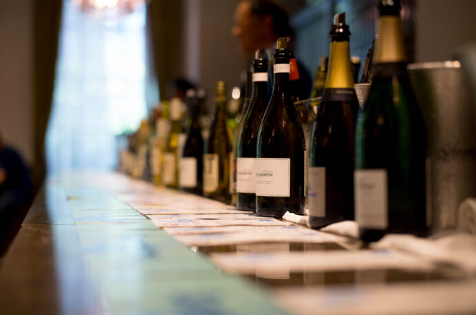 WINE TO SYTYLE 名古屋試飲会 2025 ワイン・トゥ・スタイル THE CONDER HOUSE ザ・コンダー・ハウス 愛知県名古屋市中区錦2-20-25 ボランジェ BOLLINGER  CHAMPAGNE BOURGOGNE CALIFORNIA シャンパーニュ ブルゴーニュ カリフォルニア
（株）富屋酒店 かぶしきがいしゃ とみやさけてん カブシキガイシャ　トミヤサケテン TOMIYA SAKETEN 　愛知県名古屋市瑞穂区上坂町1-41-2　地酒屋　豊盃　HOUHAI ほうはい　ホーハイ　三浦酒造  MIURASHUZO日高見　ひたかみ　ヒタカミ HITAKAMI  平孝酒造　HIRAKOSHUZO 天の戸 アマノト　あまのと　AMANOTO　浅舞酒造ASAMAISHUZO　飛露喜 HIROKISHUZOHONTEN　廣木酒造本店　HIROK　大那 DAINA　ダイナ　だいな　菊の里酒造　KIKUNOSATOSHUZO　旭興　KYOKUKO　きょくこう　キョクコウ　渡邉酒造　WATANABESHUZO　仙禽 SENKIN　せんきん　センキン（株）せんきん SENKIN鶴齢　カクレイ　かくれい KAKUREI　青木酒造　AOKISHUZO謙信 ケンシン　けんしん KENSHIN池田屋酒造 IKEDAYASHUZO 白岳仙 HAKUGAKUSEN　ハクガクセン　はくがくせん　安本酒造 YASUMOTOSHUZO 群馬泉 グンマイズミ　ぐんまいずみ 島岡酒造 SHIMAOKASHUZO  喜久醉 きくよい キクヨイKIKUYOI 青島酒造 AOSHIMASHUZO 長珍 ちょうちん　チョウチン長珍酒造CHOCHINSHUZO　みねたからみりん　峯寳 味醂　一子相伝 ミネタカラ　いっしそうでん　イッシソウデン　小笠原味醂 OGASAWARA MIRIN

瀧自慢　たきじまん　タキジマン　瀧自慢酒造　TAKIZIMANSHUZO　田光　TABIKA 早川酒造  HAYAKAWASHUZO　作　ZAKU ざく ザク 清水清三郎商店 SHIMIZUSEIZABUROSHOTEN  篠峯　櫛羅　しのみね　シノミネ　くじら　クジラ　千代酒造　CHIYOSHUZO　雑賀　さいか　サイカ　九重雑賀  KOKONOESAIKA　紀土　鶴梅　無量山　きっど　キッド　KID 　ツルウメ　つるうめ　TURUUME　ムリョウザン　むりょうざん　MURYOZAN　平和酒造　HEIWASHUZO　蒼空　そうくう　ソウクウ　SÔKÛ　藤岡酒造　HUJIOKASHUZO 　宝剣　HOUKEN  宝剣酒造　ほうけんしゅぞう　ホウケンシュゾウ　HOKENSHUZO　清酒竹鶴　小笹屋竹鶴　せいしゅたけつる　セイシュタケツル　おささやたけつる　オササヤタケツル　竹鶴酒造　TAKETURUSHUZO
石鎚　いしづち　イシヅチ　石鎚酒造　ISHIDUCHISHUZO　土佐しらぎく　とさしらぎく　トサシラギク　仙頭酒造場　せんとうしゅぞうじょう　SENDOSHUZOZYO
　
 ブルゴーニュワイン　BOURGOGNE  ボルドーワイン　BORDEAUXカリフォルニアワイン CALIFORNIA  シャンパーニュ  SHAMPAGNEアルザスワイン ALSACE ドイツワイン WEIN GERMAN WINE 専門店　ライカM11　ズミルックス50　レンズ　代表　上田豊二　　きき酒師　焼酎アドバイザー　シャンパーニュシュヴァリエ　堀田駅より徒歩10分　熱田神宮駅より徒歩10分
市バス　牛巻より徒歩３分　地下鉄堀田駅より徒歩１５分　名古屋高速堀田出口より車で２分　牛巻交差点より徒歩５分　レトロ街並み　瓦屋根　裏道　大通りより二本入る　CLASSIC CARクラッシックカー CLASSIC BIKE　クラッシックバイク INTERIA　インテリア　　FASHION　ファッション　MUSIC　音楽　LOVE　SAKE SHOP　酒屋
センス　クリエイト　おたく　　MANIAマニア MOVIE　映画　CINEMA シネマ　2024年春オープン予定 いいねタウン瑞穂 iiNE マルシェ内　グランクレア瑞穂 いいねタウン瑞穂  愛知県名古屋市瑞穂区宝田町四丁目2番、3番2　春敲町三丁目23番1（地番） 魚太郎　UOTARO MIZUHO うおたろう　ウオタロウ　なごやみずほてん　ナゴヤミズホテン　 名古屋瑞穂店  車で1分　徒歩5分　丸明 瑞穂店  MARUAKI MIZUHO　マルアキ ミズホテン　まるあき みずほてん　 徒歩10分　車3分　焼肉 美奈登  ヤキニクミナト　やきにくみなと YAKINIKU MINATO 車で2分　徒歩10分  どての品川　DOTENO SHINAGAWA　ドテノシナガワ　どてのしながわ　車で30秒　徒歩1分昇福亭　SHOHUKUTEI しょうふくてい　ショウフクテイ 街中華　マニア　大盛り　個性派  車で5分　徒歩15分  名店 近くにたくさんあり　堀田バンザイ　牛巻バンザイ　名古屋のへそ


