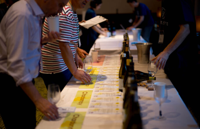 WINE TO SYTYLE 名古屋試飲会 2025 ワイン・トゥ・スタイル THE CONDER HOUSE ザ・コンダー・ハウス 愛知県名古屋市中区錦2-20-25 ボランジェ BOLLINGER  CHAMPAGNE BOURGOGNE CALIFORNIA シャンパーニュ ブルゴーニュ カリフォルニア
（株）富屋酒店 かぶしきがいしゃ とみやさけてん カブシキガイシャ　トミヤサケテン TOMIYA SAKETEN 　愛知県名古屋市瑞穂区上坂町1-41-2　地酒屋　豊盃　HOUHAI ほうはい　ホーハイ　三浦酒造  MIURASHUZO日高見　ひたかみ　ヒタカミ HITAKAMI  平孝酒造　HIRAKOSHUZO 天の戸 アマノト　あまのと　AMANOTO　浅舞酒造ASAMAISHUZO　飛露喜 HIROKISHUZOHONTEN　廣木酒造本店　HIROK　大那 DAINA　ダイナ　だいな　菊の里酒造　KIKUNOSATOSHUZO　旭興　KYOKUKO　きょくこう　キョクコウ　渡邉酒造　WATANABESHUZO　仙禽 SENKIN　せんきん　センキン（株）せんきん SENKIN鶴齢　カクレイ　かくれい KAKUREI　青木酒造　AOKISHUZO謙信 ケンシン　けんしん KENSHIN池田屋酒造 IKEDAYASHUZO 白岳仙 HAKUGAKUSEN　ハクガクセン　はくがくせん　安本酒造 YASUMOTOSHUZO 群馬泉 グンマイズミ　ぐんまいずみ 島岡酒造 SHIMAOKASHUZO  喜久醉 きくよい キクヨイKIKUYOI 青島酒造 AOSHIMASHUZO 長珍 ちょうちん　チョウチン長珍酒造CHOCHINSHUZO　みねたからみりん　峯寳 味醂　一子相伝 ミネタカラ　いっしそうでん　イッシソウデン　小笠原味醂 OGASAWARA MIRIN

瀧自慢　たきじまん　タキジマン　瀧自慢酒造　TAKIZIMANSHUZO　田光　TABIKA 早川酒造  HAYAKAWASHUZO　作　ZAKU ざく ザク 清水清三郎商店 SHIMIZUSEIZABUROSHOTEN  篠峯　櫛羅　しのみね　シノミネ　くじら　クジラ　千代酒造　CHIYOSHUZO　雑賀　さいか　サイカ　九重雑賀  KOKONOESAIKA　紀土　鶴梅　無量山　きっど　キッド　KID 　ツルウメ　つるうめ　TURUUME　ムリョウザン　むりょうざん　MURYOZAN　平和酒造　HEIWASHUZO　蒼空　そうくう　ソウクウ　SÔKÛ　藤岡酒造　HUJIOKASHUZO 　宝剣　HOUKEN  宝剣酒造　ほうけんしゅぞう　ホウケンシュゾウ　HOKENSHUZO　清酒竹鶴　小笹屋竹鶴　せいしゅたけつる　セイシュタケツル　おささやたけつる　オササヤタケツル　竹鶴酒造　TAKETURUSHUZO
石鎚　いしづち　イシヅチ　石鎚酒造　ISHIDUCHISHUZO　土佐しらぎく　とさしらぎく　トサシラギク　仙頭酒造場　せんとうしゅぞうじょう　SENDOSHUZOZYO
　
 ブルゴーニュワイン　BOURGOGNE  ボルドーワイン　BORDEAUXカリフォルニアワイン CALIFORNIA  シャンパーニュ  SHAMPAGNEアルザスワイン ALSACE ドイツワイン WEIN GERMAN WINE 専門店　ライカM11　ズミルックス50　レンズ　代表　上田豊二　　きき酒師　焼酎アドバイザー　シャンパーニュシュヴァリエ　堀田駅より徒歩10分　熱田神宮駅より徒歩10分
市バス　牛巻より徒歩３分　地下鉄堀田駅より徒歩１５分　名古屋高速堀田出口より車で２分　牛巻交差点より徒歩５分　レトロ街並み　瓦屋根　裏道　大通りより二本入る　CLASSIC CARクラッシックカー CLASSIC BIKE　クラッシックバイク INTERIA　インテリア　　FASHION　ファッション　MUSIC　音楽　LOVE　SAKE SHOP　酒屋
センス　クリエイト　おたく　　MANIAマニア MOVIE　映画　CINEMA シネマ　2024年春オープン予定 いいねタウン瑞穂 iiNE マルシェ内　グランクレア瑞穂 いいねタウン瑞穂  愛知県名古屋市瑞穂区宝田町四丁目2番、3番2　春敲町三丁目23番1（地番） 魚太郎　UOTARO MIZUHO うおたろう　ウオタロウ　なごやみずほてん　ナゴヤミズホテン　 名古屋瑞穂店  車で1分　徒歩5分　丸明 瑞穂店  MARUAKI MIZUHO　マルアキ ミズホテン　まるあき みずほてん　 徒歩10分　車3分　焼肉 美奈登  ヤキニクミナト　やきにくみなと YAKINIKU MINATO 車で2分　徒歩10分  どての品川　DOTENO SHINAGAWA　ドテノシナガワ　どてのしながわ　車で30秒　徒歩1分昇福亭　SHOHUKUTEI しょうふくてい　ショウフクテイ 街中華　マニア　大盛り　個性派  車で5分　徒歩15分  名店 近くにたくさんあり　堀田バンザイ　牛巻バンザイ　名古屋のへそ

