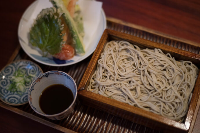 そばきり 萬屋町 助六 SOBAKIRI YOROZUYA SUKEROKU そばきり よろずや すけろく岐阜県関市本町8-27 
（株）富屋酒店 かぶしきがいしゃ とみやさけてん カブシキガイシャ　トミヤサケテン TOMIYA SAKETEN 　愛知県名古屋市瑞穂区上坂町1-41-2　地酒屋　豊盃　HOUHAI ほうはい　ホーハイ　三浦酒造  MIURASHUZO日高見　ひたかみ　ヒタカミ HITAKAMI  平孝酒造　HIRAKOSHUZO 天の戸 アマノト　あまのと　AMANOTO　浅舞酒造ASAMAISHUZO　飛露喜 HIROKISHUZOHONTEN　廣木酒造本店　HIROK　大那 DAINA　ダイナ　だいな　菊の里酒造　KIKUNOSATOSHUZO　旭興　KYOKUKO　きょくこう　キョクコウ　渡邉酒造　WATANABESHUZO　仙禽 SENKIN　せんきん　センキン（株）せんきん SENKIN鶴齢　カクレイ　かくれい KAKUREI　青木酒造　AOKISHUZO謙信 ケンシン　けんしん KENSHIN池田屋酒造 IKEDAYASHUZO 白岳仙 HAKUGAKUSEN　ハクガクセン　はくがくせん　安本酒造 YASUMOTOSHUZO 群馬泉 グンマイズミ　ぐんまいずみ 島岡酒造 SHIMAOKASHUZO  喜久醉 きくよい キクヨイKIKUYOI 青島酒造 AOSHIMASHUZO 長珍 ちょうちん　チョウチン長珍酒造CHOCHINSHUZO　みねたからみりん　峯寳 味醂　一子相伝 ミネタカラ　いっしそうでん　イッシソウデン　小笠原味醂 OGASAWARA MIRIN

瀧自慢　たきじまん　タキジマン　瀧自慢酒造　TAKIZIMANSHUZO　田光　TABIKA 早川酒造  HAYAKAWASHUZO　作　ZAKU ざく ザク 清水清三郎商店 SHIMIZUSEIZABUROSHOTEN  篠峯　櫛羅　しのみね　シノミネ　くじら　クジラ　千代酒造　CHIYOSHUZO　雑賀　さいか　サイカ　九重雑賀  KOKONOESAIKA　紀土　鶴梅　無量山　きっど　キッド　KID 　ツルウメ　つるうめ　TURUUME　ムリョウザン　むりょうざん　MURYOZAN　平和酒造　HEIWASHUZO　蒼空　そうくう　ソウクウ　SÔKÛ　藤岡酒造　HUJIOKASHUZO 　宝剣　HOUKEN  宝剣酒造　ほうけんしゅぞう　ホウケンシュゾウ　HOKENSHUZO　清酒竹鶴　小笹屋竹鶴　せいしゅたけつる　セイシュタケツル　おささやたけつる　オササヤタケツル　竹鶴酒造　TAKETURUSHUZO
石鎚　いしづち　イシヅチ　石鎚酒造　ISHIDUCHISHUZO　土佐しらぎく　とさしらぎく　トサシラギク　仙頭酒造場　せんとうしゅぞうじょう　SENDOSHUZOZYO
　
 ブルゴーニュワイン　BOURGOGNE  ボルドーワイン　BORDEAUXカリフォルニアワイン CALIFORNIA  シャンパーニュ  SHAMPAGNEアルザスワイン ALSACE ドイツワイン WEIN GERMAN WINE 専門店　ライカM11　ズミルックス50　レンズ　代表　上田豊二　　きき酒師　焼酎アドバイザー　シャンパーニュシュヴァリエ　堀田駅より徒歩10分　熱田神宮駅より徒歩10分
市バス　牛巻より徒歩３分　地下鉄堀田駅より徒歩１５分　名古屋高速堀田出口より車で２分　牛巻交差点より徒歩５分　レトロ街並み　瓦屋根　裏道　大通りより二本入る　CLASSIC CARクラッシックカー CLASSIC BIKE　クラッシックバイク INTERIA　インテリア　　FASHION　ファッション　MUSIC　音楽　LOVE　SAKE SHOP　酒屋
センス　クリエイト　おたく　　MANIAマニア MOVIE　映画　CINEMA シネマ　2024年春オープン予定 いいねタウン瑞穂 iiNE マルシェ内　グランクレア瑞穂 いいねタウン瑞穂  愛知県名古屋市瑞穂区宝田町四丁目2番、3番2　春敲町三丁目23番1（地番） 魚太郎　UOTARO MIZUHO うおたろう　ウオタロウ　なごやみずほてん　ナゴヤミズホテン　 名古屋瑞穂店  車で1分　徒歩5分　丸明 瑞穂店  MARUAKI MIZUHO　マルアキ ミズホテン　まるあき みずほてん　 徒歩10分　車3分　焼肉 美奈登  ヤキニクミナト　やきにくみなと YAKINIKU MINATO 車で2分　徒歩10分  どての品川　DOTENO SHINAGAWA　ドテノシナガワ　どてのしながわ　車で30秒　徒歩1分昇福亭　SHOHUKUTEI しょうふくてい　ショウフクテイ 街中華　マニア　大盛り　個性派  車で5分　徒歩15分  名店 近くにたくさんあり　堀田バンザイ　牛巻バンザイ　名古屋のへそ


