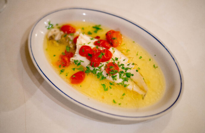 TRATTORIA CIRO トラットリア ピッエリア チーロ 山陽明石 兵庫県明石市本町1-17-3 ゑびすや第二ビル1F
リングイネペスカトーロ 魚介料理 コストパフォーマンス最強  （株）富屋酒店 かぶしきがいしゃ とみやさけてん カブシキガイシャ　トミヤサケテン TOMIYA SAKETEN 　愛知県名古屋市瑞穂区上坂町1-41-2　地酒屋　豊盃　HOUHAI ほうはい　ホーハイ　三浦酒造  MIURASHUZO日高見　ひたかみ　ヒタカミ HITAKAMI  平孝酒造　HIRAKOSHUZO 天の戸 アマノト　あまのと　AMANOTO　浅舞酒造ASAMAISHUZO　飛露喜 HIROKISHUZOHONTEN　廣木酒造本店　HIROK　大那 DAINA　ダイナ　だいな　菊の里酒造　KIKUNOSATOSHUZO　旭興　KYOKUKO　きょくこう　キョクコウ　渡邉酒造　WATANABESHUZO　仙禽 SENKIN　せんきん　センキン（株）せんきん SENKIN鶴齢　カクレイ　かくれい KAKUREI　青木酒造　AOKISHUZO謙信 ケンシン　けんしん KENSHIN池田屋酒造 IKEDAYASHUZO 白岳仙 HAKUGAKUSEN　ハクガクセン　はくがくせん　安本酒造 YASUMOTOSHUZO 群馬泉 グンマイズミ　ぐんまいずみ 島岡酒造 SHIMAOKASHUZO  喜久醉 きくよい キクヨイKIKUYOI 青島酒造 AOSHIMASHUZO 長珍 ちょうちん　チョウチン長珍酒造CHOCHINSHUZO　みねたからみりん　峯寳 味醂　一子相伝 ミネタカラ　いっしそうでん　イッシソウデン　小笠原味醂 OGASAWARA MIRIN

瀧自慢　たきじまん　タキジマン　瀧自慢酒造　TAKIZIMANSHUZO　田光　TABIKA 早川酒造  HAYAKAWASHUZO　作　ZAKU ざく ザク 清水清三郎商店 SHIMIZUSEIZABUROSHOTEN  篠峯　櫛羅　しのみね　シノミネ　くじら　クジラ　千代酒造　CHIYOSHUZO　雑賀　さいか　サイカ　九重雑賀  KOKONOESAIKA　紀土　鶴梅　無量山　きっど　キッド　KID 　ツルウメ　つるうめ　TURUUME　ムリョウザン　むりょうざん　MURYOZAN　平和酒造　HEIWASHUZO　蒼空　そうくう　ソウクウ　SÔKÛ　藤岡酒造　HUJIOKASHUZO 　宝剣　HOUKEN  宝剣酒造　ほうけんしゅぞう　ホウケンシュゾウ　HOKENSHUZO　清酒竹鶴　小笹屋竹鶴　せいしゅたけつる　セイシュタケツル　おささやたけつる　オササヤタケツル　竹鶴酒造　TAKETURUSHUZO
石鎚　いしづち　イシヅチ　石鎚酒造　ISHIDUCHISHUZO　土佐しらぎく　とさしらぎく　トサシラギク　仙頭酒造場　せんとうしゅぞうじょう　SENDOSHUZOZYO
　
 ブルゴーニュワイン　BOURGOGNE  ボルドーワイン　BORDEAUXカリフォルニアワイン CALIFORNIA  シャンパーニュ  SHAMPAGNEアルザスワイン ALSACE ドイツワイン WEIN GERMAN WINE 専門店　ライカM11　ズミルックス50　レンズ　代表　上田豊二　　きき酒師　焼酎アドバイザー　シャンパーニュシュヴァリエ　堀田駅より徒歩10分　熱田神宮駅より徒歩10分
市バス　牛巻より徒歩３分　地下鉄堀田駅より徒歩１５分　名古屋高速堀田出口より車で２分　牛巻交差点より徒歩５分　レトロ街並み　瓦屋根　裏道　大通りより二本入る　CLASSIC CARクラッシックカー CLASSIC BIKE　クラッシックバイク INTERIA　インテリア　　FASHION　ファッション　MUSIC　音楽　LOVE　SAKE SHOP　酒屋
センス　クリエイト　おたく　　MANIAマニア MOVIE　映画　CINEMA シネマ　2024年春オープン予定 いいねタウン瑞穂 iiNE マルシェ内　グランクレア瑞穂 いいねタウン瑞穂  愛知県名古屋市瑞穂区宝田町四丁目2番、3番2　春敲町三丁目23番1（地番） 魚太郎　UOTARO MIZUHO うおたろう　ウオタロウ　なごやみずほてん　ナゴヤミズホテン　 名古屋瑞穂店  車で1分　徒歩5分　丸明 瑞穂店  MARUAKI MIZUHO　マルアキ ミズホテン　まるあき みずほてん　 徒歩10分　車3分　焼肉 美奈登  ヤキニクミナト　やきにくみなと YAKINIKU MINATO 車で2分　徒歩10分  どての品川　DOTENO SHINAGAWA　ドテノシナガワ　どてのしながわ　車で30秒　徒歩1分昇福亭　SHOHUKUTEI しょうふくてい　ショウフクテイ 街中華　マニア　大盛り　個性派  車で5分　徒歩15分  名店 近くにたくさんあり　堀田バンザイ　牛巻バンザイ　名古屋のへそ


