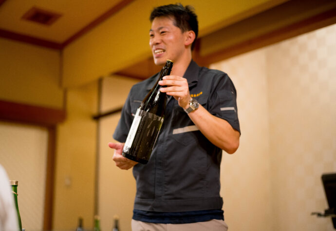 瀧自慢酒造　TAKIJIMAN　SHUZO　たきじまんしゅぞう　滝水流　はやせ　ハヤセ
タキジマンシュゾウ　純米大吟醸　大吟醸　令和4年全国新酒鑑評会　HAYASE
辛口純米　純米吟醸　山廃仕込み　伊賀山田錦　五百万石　愛山　神の穂　北雫
雄町　オオサンショウウオ生息　究極の食中酒　伊賀の酒　伊勢志摩サミット乾杯酒
金賞受賞蔵　インターナショナル　ワイン　チャレンジ　2022　IWC　山廃仕込み
INTERNATIONAL　WINE　CHALLENGE　純米　純米吟醸　平成の銘水100選
赤目四十八滝　滝本ファミリー　赤目口　老舗　手造り　拘り　伊賀の地酒
百人が一杯飲む酒より、一人が百杯飲みたくなる酒　小さな仕込みタンク　
株式会社　富屋酒店　TOMIYA　SAKETEN　NAGOYA　トミヤサケン
とみやさけてん　代表取締役　上田豊二　おたく　マニア　高級飲食店専門取引
　愛知県名古屋市瑞穂区上坂町1-41-2　名古屋特約店　特約流通　地酒　ワイン　専門店
　ライカM11　ズミルックス50　レンズ　堀田駅　熱田神宮駅
名古屋高速　堀田出口すぐ　牛巻交差点すぐ　レトロ街並み　瓦屋根
クラッシックバイク　クラッシックカー　インテリア　ファッション　センス　
音楽　ミュージック　映画　シネマ　おたく　マニア　美しきキレ感を持つ、盃を重ねたくなるその味わいを。「瀧自慢　TAKIZIMAN　＜純米大吟醸　JUNMAIDAIGINJO＞」初夏を思わせる爽やかな風のような清涼感。「瀧自慢　TAKIZIMAN　純米吟醸　＜北雫50  KITASHIZUKU＞　2023」
　東海地区を代表する辛口純米の名作。「瀧自慢　TAKIZIMAN　辛口純米　＜滝水流～はやせ～  HAYASE＞　2023」豊かな膨らみがゆったりひろがる秋模様満載のひやおろし。「瀧自慢　TAKIZIMAN　純米　＜神の穂　KAMINOHO  秋あがり＞　2023」凝縮した極上の艶感を存分に楽しむ。「瀧自慢　TAKIZIMAN　純米大吟醸　＜愛山　AIYAMA＞　2023」瀧自慢酒造　TAKIZIMAN　SHUZO　たきじまんしゅぞう　滝水流　はやせ　ハヤセ
タキジマンシュゾウ　純米大吟醸　大吟醸　令和4年全国新酒鑑評会　HAYASE
辛口純米　純米吟醸　山廃仕込み　伊賀山田錦　五百万石　愛山　神の穂　北雫
雄町　オオサンショウウオ生息　究極の食中酒　伊賀の酒　伊勢志摩サミット乾杯酒
金賞受賞蔵　インターナショナル　ワイン　チャレンジ　2022　IWC　山廃仕込み
INTERNATIONAL　WINE　CHALLENGE　純米　純米吟醸　平成の銘水100選
赤目四十八滝　滝本ファミリー　赤目口　老舗　手造り　拘り　伊賀の地酒
百人が一杯飲む酒より、一人が百杯飲みたくなる酒　小さな仕込みタンク　
株式会社　富屋酒店　TOMIYA　SAKETEN　NAGOYA　トミヤサケン
とみやさけてん　代表取締役　上田豊二　おたく　マニア　高級飲食店専門取引
　愛知県名古屋市瑞穂区上坂町1-41-2　名古屋特約店　特約流通　地酒　ワイン　専門店
　ライカM11　ズミルックス50　レンズ　堀田駅　熱田神宮駅
名古屋高速　堀田出口すぐ　牛巻交差点すぐ　レトロ街並み　瓦屋根
クラッシックバイク　クラッシックカー　インテリア　ファッション　センス　
音楽　ミュージック　映画　シネマ　おたく　マニア　美しきキレ感を持つ、盃を重ねたくなるその味わいを。「瀧自慢　TAKIZIMAN　＜純米大吟醸　JUNMAIDAIGINJO＞」初夏を思わせる爽やかな風のような清涼感。「瀧自慢　TAKIZIMAN　純米吟醸　＜北雫50  KITASHIZUKU＞　2023」
　東海地区を代表する辛口純米の名作。「瀧自慢　TAKIZIMAN　辛口純米　＜滝水流～はやせ～  HAYASE＞　2023」豊かな膨らみがゆったりひろがる秋模様満載のひやおろし。「瀧自慢　TAKIZIMAN　純米　＜神の穂　KAMINOHO  秋あがり＞　2023」凝縮した極上の艶感を存分に楽しむ。「瀧自慢　TAKIZIMAN　純米大吟醸　＜愛山　AIYAMA＞　2023」日本酒ゴーアラウンド 2023　NIHONNSHU GO AROUND　にほんしゅ ごーあらうんど  2023年10月1日 日曜日 桜びより 日本酒 バー 居酒屋　日本料理  愛知県名古屋市中区栄3-9-17ウィンゼンビルＢ1F　中川貴代　あーちゃん　おばんざい　名古屋超絶人気店　予約必須　富屋酒店　日本酒ラインナップ充実　瀧自慢酒造　杉本龍也　専務取締役　長年特約店　名古屋初取引　特約店　全ラインナップ　取り扱い　滝水流　はやせ
純米吟醸　八反錦50　北雫50　吟風50　秋あがり　神の穂　お燗　旨し　
愛山が放つ極上の艶感を存分に味わう  「瀧自慢　TAKIZIMAN　純米大吟醸 　＜愛山  AIYAMA＞  2023」
癒しの山廃のニュアンスが映り行く季節のお料理を引き立てる 「瀧自慢   TAKIZIMAN  ＜山廃純米  YAMAHAI JUNMAI＞  2023」全国新酒鑑評会にて金賞受賞の実力を  「瀧自慢　TAKIZIMAN  大吟醸　＜金賞受賞酒  GORDMEDAL＞ 2023」（株）富屋酒店 かぶしきがいしゃ とみやさけてん カブシキガイシャ　トミヤサケテン TOMIYA SAKETEN 　愛知県名古屋市瑞穂区上坂町1-41-2　地酒屋　豊盃　HOUHAI ほうはい　ホーハイ　三浦酒造  MIURASHUZO日高見　ひたかみ　ヒタカミ HITAKAMI  平孝酒造　HIRAKOSHUZO 天の戸 アマノト　あまのと　AMANOTO　浅舞酒造 ASAMAISHUZO　飛露喜 HIROKISHUZOHONTEN　廣木酒造本店　HIROK　大那 DAINA　ダイナ　だいな　菊の里酒造　KIKUNOSATOSHUZO　旭興　KYOKUKO　きょくこう　キョクコウ　渡邉酒造　WATANABESHUZO　仙禽 SENKIN　せんきん　センキン（株）せんきん SENKIN鶴齢　カクレイ　かくれい KAKUREI　青木酒造　AOKISHUZO謙信 ケンシン　けんしん KENSHIN池田屋酒造 IKEDAYASHUZO 白岳仙 HAKUGAKUSEN　ハクガクセン　はくがくせん　安本酒造 YASUMOTOSHUZO 群馬泉 グンマイズミ　ぐんまいずみ 島岡酒造 SHIMAOKASHUZO  喜久醉 きくよい キクヨイKIKUYOI 青島酒造 AOSHIMASHUZO 長珍 ちょうちん　チョウチン長珍酒造CHOCHINSHUZO　みねたからみりん　峯寳 味醂　一子相伝 ミネタカラ　いっしそうでん　イッシソウデン　小笠原味醂 OGASAWARA MIRIN

瀧自慢　たきじまん　タキジマン　瀧自慢酒造　TAKIZIMANSHUZO　田光　TABIKA 早川酒造  HAYAKAWASHUZO　作　ZAKU ざく ザク 清水清三郎商店 SHIMIZUSEIZABUROSHOTEN  篠峯　櫛羅　しのみね　シノミネ　くじら　クジラ　千代酒造　CHIYOSHUZO　雑賀　さいか　サイカ　九重雑賀  KOKONOESAIKA　紀土　鶴梅　無量山　きっど　キッド　KID 　ツルウメ　つるうめ　TURUUME　ムリョウザン　むりょうざん　MURYOZAN　平和酒造　HEIWASHUZO　蒼空　そうくう　ソウクウ　SÔKÛ　藤岡酒造　HUJIOKASHUZO 　宝剣　HOUKEN  宝剣酒造　ほうけんしゅぞう　ホウケンシュゾウ　HOKENSHUZO　清酒竹鶴　小笹屋竹鶴　せいしゅたけつる　セイシュタケツル　おささやたけつる　オササヤタケツル　竹鶴酒造　TAKETURUSHUZO
石鎚　いしづち　イシヅチ　石鎚酒造　ISHIDUCHISHUZO　土佐しらぎく　とさしらぎく　トサシラギク　仙頭酒造場　せんとうしゅぞうじょう　SENDOSHUZOZYO　アルガブランカ　ARUGABURANKA勝沼醸造　KATUNUMAJÔZÔ　ドメーヌソガ　ソガ・ペール・エ・フィス SOGA PELE ET FIS　オブセワイナリー　OBUSEWINERY　ドメーヌタカヒコ　DOMAINE TAKAHIKO　クリサワブラン　KURISAWA BLANC　ナカザワワイナリー　NAKAZAWA WINERY　さつま寿　SATUMA KOTOBUKI 　尾込商店 OGOME SHOTEN  蔵の師魂 KURANOSHIKON  小正醸造　KOMASA ＪÔＺÔ　天狗櫻 TENGUSAKURA  白石酒蔵　SHIRAISHISHUZO  しま千両 SHIMASENRYO　高崎酒蔵  TAKASAKISHUZO  杜氏潤平　TOJIJUNPEI  小玉醸造  KODAMAJOZO  赤鹿毛　青鹿毛  AKAKAGE   AOKAGE　柳田酒蔵  YANAGIDASHUZO　舞香　MAIKA　泰明　TAIMEI　藤居醸造　HUZIIJÔＺÔ　池の露　特酎天草　IKENOTUYU  TOKUCHU  AMAKUSA　壱乃醸　飛乃流　朝日　ICHINOJO  HINORYU　ASAHI　朝日酒造　ASAHISHUZO　龍宮　RYUGU 富田酒造場　TOMITASHUZOJO　鳥飼 TORIKAI　鳥飼酒造　TORIKAISHUZO　極楽 GOIKURAKU　林酒造場 HAYASHISHUZOJO　屋久の島大自然林　酔麦香　YAKUNOSHIMA DAISHIZENRIN SUIBASKUKA　本坊酒造　HONBOSHUZO
金峰　金峰荒蘆過  KINPO　KINPOARAROKA　宇都酒造　UTOSHUZO　北谷長老　CHYATANCHÔＲÔ　北谷酒造　CHYATANSHUZO　山原くいな　YAMBARUKUINA　やんばる酒造　YAMBARUSHUZO　
ゑびすや　御器所　焼き鳥　居酒屋　愛知県名古屋市昭和区石仏町2-4
安定感　大将　情熱　日本酒　ワイン　充実　富屋酒店フルラインナップ
長年のパートナー　絶対的信頼関係　ベーシックなメニューの旨さ　抜群
ブルゴーニュ　充実　ワインマニア　ソムリエ　ラック・コーポレーション
ハスミワイン　ヌーヴェル・セレクション　オルヴォー　テラヴェール
宝剣　豊盃　白岳仙　長珍　紀土　田光　大那　飛露喜　土佐しらぎく
日高見　瀧自慢　櫛羅　篠峯　相模灘　竹鶴　旭興　雑賀　喜久醉
（株）富屋酒店 かぶしきがいしゃ とみやさけてん カブシキガイシャ　トミヤサケテン TOMIYA SAKETEN 　愛知県名古屋市瑞穂区上坂町1-41-2　地酒屋　豊盃　HOUHAI ほうはい　ホーハイ　三浦酒造  MIURASHUZO日高見　ひたかみ　ヒタカミ HITAKAMI  平孝酒造　HIRAKOSHUZO 天の戸 アマノト　あまのと　AMANOTO　浅舞酒造 ASAMAISHUZO　飛露喜 HIROKISHUZOHONTEN　廣木酒造本店　HIROK　大那 DAINA　ダイナ　だいな　菊の里酒造　KIKUNOSATOSHUZO　旭興　KYOKUKO　きょくこう　キョクコウ　渡邉酒造　WATANABESHUZO　仙禽 SENKIN　せんきん　センキン（株）せんきん SENKIN鶴齢　カクレイ　かくれい KAKUREI　青木酒造　AOKISHUZO謙信 ケンシン　けんしん KENSHIN池田屋酒造 IKEDAYASHUZO 白岳仙 HAKUGAKUSEN　ハクガクセン　はくがくせん　安本酒造 YASUMOTOSHUZO 群馬泉 グンマイズミ　ぐんまいずみ 島岡酒造 SHIMAOKASHUZO  喜久醉 きくよい キクヨイKIKUYOI 青島酒造 AOSHIMASHUZO 長珍 ちょうちん　チョウチン長珍酒造CHOCHINSHUZO　みねたからみりん　峯寳 味醂　一子相伝 ミネタカラ　いっしそうでん　イッシソウデン　小笠原味醂 OGASAWARA MIRIN

瀧自慢　たきじまん　タキジマン　瀧自慢酒造　TAKIZIMANSHUZO　田光　TABIKA 早川酒造  HAYAKAWASHUZO　作　ZAKU ざく ザク 清水清三郎商店 SHIMIZUSEIZABUROSHOTEN  篠峯　櫛羅　しのみね　シノミネ　くじら　クジラ　千代酒造　CHIYOSHUZO　雑賀　さいか　サイカ　九重雑賀  KOKONOESAIKA　紀土　鶴梅　無量山　きっど　キッド　KID 　ツルウメ　つるうめ　TURUUME　ムリョウザン　むりょうざん　MURYOZAN　平和酒造　HEIWASHUZO　蒼空　そうくう　ソウクウ　SÔKÛ　藤岡酒造　HUJIOKASHUZO 　宝剣　HOUKEN  宝剣酒造　ほうけんしゅぞう　ホウケンシュゾウ　HOKENSHUZO　清酒竹鶴　小笹屋竹鶴　せいしゅたけつる　セイシュタケツル　おささやたけつる　オササヤタケツル　竹鶴酒造　TAKETURUSHUZO
石鎚　いしづち　イシヅチ　石鎚酒造　ISHIDUCHISHUZO　土佐しらぎく　とさしらぎく　トサシラギク　仙頭酒造場　せんとうしゅぞうじょう　SENDOSHUZOZYO
　
 ブルゴーニュワイン　BOURGOGNE  ボルドーワイン　BORDEAUXカリフォルニアワイン CALIFORNIA  シャンパーニュ  SHAMPAGNEアルザスワイン ALSACE ドイツワイン WEIN GERMAN WINE 専門店　ライカM11　ズミルックス50　レンズ　代表　上田豊二　　きき酒師　焼酎アドバイザー　シャンパーニュシュヴァリエ　堀田駅より徒歩10分　熱田神宮駅より徒歩10分
市バス　牛巻より徒歩３分　地下鉄堀田駅より徒歩１５分　名古屋高速堀田出口より車で２分　牛巻交差点より徒歩５分　レトロ街並み　瓦屋根　裏道　大通りより二本入る　CLASSIC CARクラッシックカー CLASSIC BIKE　クラッシックバイク INTERIA　インテリア　　FASHION　ファッション　MUSIC　音楽　LOVE　SAKE SHOP　酒屋
センス　クリエイト　おたく　　MANIAマニア MOVIE　映画　CINEMA シネマ　2024年春オープン予定 いいねタウン瑞穂 iiNE マルシェ内　グランクレア瑞穂 いいねタウン瑞穂  愛知県名古屋市瑞穂区宝田町四丁目2番、3番2　春敲町三丁目23番1（地番） 魚太郎　UOTARO MIZUHO うおたろう　ウオタロウ　なごやみずほてん　ナゴヤミズホテン　 名古屋瑞穂店  車で1分　徒歩5分　丸明 瑞穂店  MARUAKI MIZUHO　マルアキ ミズホテン　まるあき みずほてん　 徒歩10分　車3分　焼肉 美奈登  ヤキニクミナト　やきにくみなと YAKINIKU MINATO 車で2分　徒歩10分  どての品川　DOTENO SHINAGAWA　ドテノシナガワ　どてのしながわ　車で30秒　徒歩1分昇福亭　SHOHUKUTEI しょうふくてい　ショウフクテイ 街中華　マニア　大盛り　個性派  車で5分　徒歩15分  名店 近くにたくさんあり　堀田バンザイ　牛巻バンザイ　名古屋のへそ
令和五年全国新酒鑑評会金賞受賞酒 この実力と感動をとことん楽しむ  「瀧自慢  TAKIZIMAN  大吟醸   DAIGINJO  ＜全国新酒鑑評会 金賞受賞酒＞  2023」酒米のルーツを極限まで磨き上げた渾身の作品  その唯一無二の味わいがここに 「瀧自慢　TAKIZIMAN　純米大吟醸　＜亀の尾  KAME NO O＞　2023
山廃の魅力を美しく表現した極上の作品  「瀧自慢  TAKIJIMAN  純米大吟醸  ＜山廃仕込み  YAMAHAI＞  2023」爽やかでハリのある辛口しぼりたて 「瀧自慢　TAKIJIMAN  ＜純米 しぼりたて  SHIBORITATE＞（オリなし）    R5BY」雄町が持つ 力強さと豊かさをキレ感でバランスさせた秀逸な作品  「瀧自慢  TAKIZIMAN  純米吟醸  ＜備前雄町  BIZENOMACHI＞  無濾過生原酒  R5BY」柔らか旨しな夏のニゴリサケ 割ってもタノシ 「瀧自慢  TAKIJIMAN　＜純米　夏にごり  JUNMAI  NATSU NIGORI＞ R5BY」