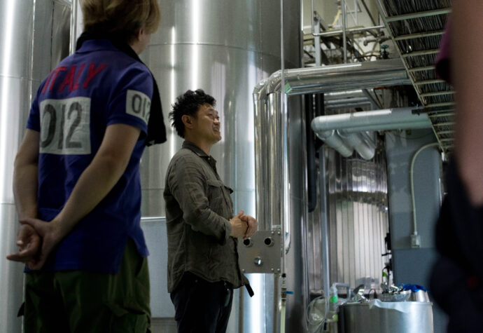 　最高品質の甲州を世界へ　ワイン　それは人と自然の関わりによる表現である
　　　　KATUNUMA BREWERY　KATUNUMA WINERY山梨県笛吹市一宮町塩田1720　SUSHI　TENPURA　人々に感動を与えるワイナリーの創造
　　　　特約流通　東海地区唯一　名古屋正規特約店　　希少　レア　　てんぷら
特約流通のみ販売　出汁　和食　マリアージュ　高級和食　鮨　寿司　天麩羅
ARUGA BRANCA  ISEHARA（アルガブランカ）BARREL SERECTION　T5   2021（バレル・セレクション T5   2021ヴィンテージ ）ARUGA BRANCA  ISEHARA（アルガブランカ　イセハラ）MUGNUM　SISE　1500ｍｌ  2020（マグナムサイズ　1500ｍｌ  2020ヴィンテージ ）ARUGA BRANCA  ISEHARA（アルガブランカ　イセハラ）2016（2016  ヴィンテージ ）ARUGA BRANCA  ISEHARA（アルガブランカ　イセハラ）2018（2018  ヴィンテージ ）ARUGA BRANCA  ISEHARA（アルガブランカ　イセハラ）2019（2019  ヴィンテージ ）
　　　アルガブランカ　クラレーザ　ARUGABRANCA CLAREZA SURLIE　
シュールリー　アルガブランカ　　ヴィニャル　イセハラ　ARUGABRANCA
　ＶＩＮＨＡＬ　　ISＳEHARA　BARREL SERECTION　バレル　セレクション　
全国5軒　酒販店　専門店　のみ　甲州　100％　テロワール　
甲州のグランクリュ　
　取り扱い　絶対的信頼関係　名古屋　トップ特約店　唯一無二　愛知
　樽一本部のみの作品　30本　割り当て　ＡＲＵＧＡＢＲＡＮＣＡ　ＰＩＰＰＡ　アルガブランカ　ピッパ　樽醸造後6ヶ月　樽熟成2年　勝沼トンネルカーヴ
ＡＲＵＧＡＢＲＡＮＣＡ　ＢＲＩＬＲＡＮＴＥ　アルガブランカ
　ブリリャンテ　ＡＲＵＧＡＢＲＡＮＣＡ　ＤＯＣＥ　アルガブランカ　ドース　
冷凍果汁　
ＡＲＵＧＡ ＲＥＴＩＲＯ ＣＡＴＡＶＥＮＴＯ　アルガ　レティーロ　カタペント
ＡＲＵＧＡ　ＡＬＣＡＣＥＲ　641　アルガ　アルカサール　マスカットベリーＡ
自社畑　ファースト　セカンド　
2018年　ＩＷＣ　2018　アルガブランカ　イセハラ2016　銀賞受賞　アルガブランカ　ピッパ2015　銀賞受賞　アルガブランカクラレーザ2016　銀賞受賞
2012年　日本で飲もう最高のワイン　アルガブランカイセハラ2011　国産ベストワイン　ワイナリーツアー　富屋勝沼ワイナリーツアー　毎年　開催　15年以上　日本で唯一　レストラン風　ＫＡＺＥ　勝沼醸造直営飲食店　
甲州は1300年以上の歴史を持つ日本固有のぶどう品種。　私たちの夢は、
この甲州ぶどうを用いたワインで世界中の人々を感動させることです。
原料となるぶどうの品種にこだわり、自らの手で栽培。ぶどうを絞る際にも、
ゆっくりと、ストレスをかけずに本来の個性の味わいを抽出していいきます。
すべてにおいて納得のいくワインづくり。そこから、最高の自信が生まれます。
　アルガーノ　ヌーヴォー　11月3日解禁　山梨ヌーヴォー　アルガブランカ
　　　　シリーズ　甲州　マスカットベリーA　コウシュウ　KOUSHU　日本を代表
　　　　する　酒造好適葡萄　品種　透明感　クリア　飲みやすさ　ライト　ミディアム
　　　　勝沼醸造　株式会社　かつぬまじょうぞう　カツヌマジョウゾウ　スシ　　
テンプラ　ADEGA VINICOLA D ARVGA　　たとえ一樽でも最高のものを。
代表取締役　有賀雄二　あるがゆうじ　アルガユウジ　ARUGA　YUZI
最高品質の甲州を世界へ　ワイン　それは人と自然の関わりによる表現である
　　　　KATUNUMA BREWERY　KATUNUMA WINERY山梨県笛吹市一宮町塩田1720　SUSHI　TENPURA　人々に感動を与えるワイナリーの創造
　　　　特約流通　東海地区唯一　名古屋正規特約店　　希少　レア　　てんぷら
特約流通のみ販売　出汁　和食　マリアージュ　高級和食　鮨　寿司　天麩羅
株式会社　富屋酒店　TOMIYA　SAKETEN　NAGOYA　トミヤサケン
とみやさけてん　代表取締役　上田豊二　おたく　マニア　高級飲食店専門取引
　　　　愛知県名古屋市瑞穂区上坂町1-41-2　特約店　特約流通　地酒　ワイン　専門店
　　　　クラッシックカー　クラッシックバイク　インテリア　センス　ファッション　
　　　　音楽　ミュージック　アート　80Ｓ　マニア　おたく　ARUGA BRANCA  ISEHARA（アルガブランカ　イセハラ）BARREL SERECTION　T5   2021（バレル・セレクション T5   2021ヴィンテージ ）ARUGA BRANCA  ISEHARA（アルガブランカ　イセハラ）2016（2016  ヴィンテージ ）
KATUNUMAWINERY  BANSHODEN（勝沼醸造　  番匠田葡萄園） CHARDONNEY　2002（シャルドネ　2002ヴィンテージ）甲州で挑む洗練された味わいのオ新たなレンジワインを。「アルガブランカ　ARUGABRANCA　＜デンショウ　DENSHO＞　2022」
TOY’S FACTORY  ADITAS   M’R CHILDREN  ミスター チルドレン 勝沼醸造 コラボ　ナチュールワイン 甲州  醸造家 渡邊  にごり 発泡  超絶 飲みやすい 美しい DJ  自然派  独自流通  初の試み  白ワイン 赤ワイン　トイズファクトリー　代表 　といずふぁくとりー　　なちゅうーる　ナチュールワイン　業界に一石を投じる　KOUSHU NATURE 古欧州ナチュールワイン
（株）富屋酒店 かぶしきがいしゃ とみやさけてん カブシキガイシャ　トミヤサケテン TOMIYA SAKETEN 　愛知県名古屋市瑞穂区上坂町1-41-2　地酒屋　豊盃　HOUHAI ほうはい　ホーハイ　三浦酒造  MIURASHUZO日高見　ひたかみ　ヒタカミ HITAKAMI  平孝酒造　HIRAKOSHUZO 天の戸 アマノト　あまのと　AMANOTO　浅舞酒造 ASAMAISHUZO　飛露喜 HIROKISHUZOHONTEN　廣木酒造本店　HIROK　大那 DAINA　ダイナ　だいな　菊の里酒造　KIKUNOSATOSHUZO　旭興　KYOKUKO　きょくこう　キョクコウ　渡邉酒造　WATANABESHUZO　仙禽 SENKIN　せんきん　センキン（株）せんきん SENKIN鶴齢　カクレイ　かくれい KAKUREI　青木酒造　AOKISHUZO謙信 ケンシン　けんしん KENSHIN池田屋酒造 IKEDAYASHUZO 白岳仙 HAKUGAKUSEN　ハクガクセン　はくがくせん　安本酒造 YASUMOTOSHUZO 群馬泉 グンマイズミ　ぐんまいずみ 島岡酒造 SHIMAOKASHUZO  喜久醉 きくよい キクヨイKIKUYOI 青島酒造 AOSHIMASHUZO 長珍 ちょうちん　チョウチン長珍酒造CHOCHINSHUZO　みねたからみりん　峯寳 味醂　一子相伝 ミネタカラ　いっしそうでん　イッシソウデン　小笠原味醂 OGASAWARA MIRIN

瀧自慢　たきじまん　タキジマン　瀧自慢酒造　TAKIZIMANSHUZO　田光　TABIKA 早川酒造  HAYAKAWASHUZO　作　ZAKU ざく ザク 清水清三郎商店 SHIMIZUSEIZABUROSHOTEN  篠峯　櫛羅　しのみね　シノミネ　くじら　クジラ　千代酒造　CHIYOSHUZO　雑賀　さいか　サイカ　九重雑賀  KOKONOESAIKA　紀土　鶴梅　無量山　きっど　キッド　KID 　ツルウメ　つるうめ　TURUUME　ムリョウザン　むりょうざん　MURYOZAN　平和酒造　HEIWASHUZO　蒼空　そうくう　ソウクウ　SÔKÛ　藤岡酒造　HUJIOKASHUZO 　宝剣　HOUKEN  宝剣酒造　ほうけんしゅぞう　ホウケンシュゾウ　HOKENSHUZO　清酒竹鶴　小笹屋竹鶴　せいしゅたけつる　セイシュタケツル　おささやたけつる　オササヤタケツル　竹鶴酒造　TAKETURUSHUZO
石鎚　いしづち　イシヅチ　石鎚酒造　ISHIDUCHISHUZO　土佐しらぎく　とさしらぎく　トサシラギク　仙頭酒造場　せんとうしゅぞうじょう　SENDOSHUZOZYO　アルガブランカ　ARUGABURANKA勝沼醸造　KATUNUMAJÔZÔ　ドメーヌソガ　ソガ・ペール・エ・フィス SOGA PELE ET FIS　オブセワイナリー　OBUSEWINERY　ドメーヌタカヒコ　DOMAINE TAKAHIKO　クリサワブラン　KURISAWA BLANC　ナカザワワイナリー　NAKAZAWA WINERY　さつま寿　SATUMA KOTOBUKI 　尾込商店 OGOME SHOTEN  蔵の師魂 KURANOSHIKON  小正醸造　KOMASA ＪÔＺÔ　天狗櫻 TENGUSAKURA  白石酒蔵　SHIRAISHISHUZO  しま千両 SHIMASENRYO　高崎酒蔵  TAKASAKISHUZO  杜氏潤平　TOJIJUNPEI  小玉醸造  KODAMAJOZO  赤鹿毛　青鹿毛  AKAKAGE   AOKAGE　柳田酒蔵  YANAGIDASHUZO　舞香　MAIKA　泰明　TAIMEI　藤居醸造　HUZIIJÔＺÔ　池の露　特酎天草　IKENOTUYU  TOKUCHU  AMAKUSA　壱乃醸　飛乃流　朝日　ICHINOJO  HINORYU　ASAHI　朝日酒造　ASAHISHUZO　龍宮　RYUGU 富田酒造場　TOMITASHUZOJO　鳥飼 TORIKAI　鳥飼酒造　TORIKAISHUZO　極楽 GOIKURAKU　林酒造場 HAYASHISHUZOJO　屋久の島大自然林　酔麦香　YAKUNOSHIMA DAISHIZENRIN SUIBASKUKA　本坊酒造　HONBOSHUZO
金峰　金峰荒蘆過  KINPO　KINPOARAROKA　宇都酒造　UTOSHUZO　北谷長老　CHYATANCHÔＲÔ　北谷酒造　CHYATANSHUZO　山原くいな　YAMBARUKUINA　やんばる酒造　YAMBARUSHUZO　2024年春オープン予定 いいねタウン瑞穂 iiNE マルシェ内　グランクレア瑞穂 いいねタウン瑞穂  愛知県名古屋市瑞穂区宝田町四丁目2番、3番2　春敲町三丁目23番1（地番） 魚太郎　UOTARO MIZUHO うおたろう　ウオタロウ　なごやみずほてん　ナゴヤミズホテン　 名古屋瑞穂店  車で1分　徒歩5分　丸明 瑞穂店  MARUAKI MIZUHO　マルアキ ミズホテン　まるあき みずほてん　 徒歩10分　車3分　焼肉 美奈登  ヤキニクミナト　やきにくみなと YAKINIKU MINATO 車で2分　徒歩10分  どての品川　DOTENO SHINAGAWA　ドテノシナガワ　どてのしながわ　車で30秒　徒歩1分昇福亭　SHOHUKUTEI しょうふくてい　ショウフクテイ 街中華　マニア　大盛り　個性派  車で5分　徒歩15分  名店 近くにたくさんあり　堀田バンザイ　牛巻バンザイ　名古屋のへそ









