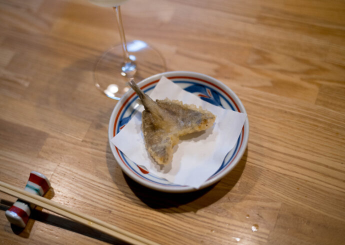 手打ちうどん かとう TEUCHIUDON KATOH テウチウドンカトウ うどん てんぷら おでん 地酒 ワイン 太閤通 愛知県名古屋市中村区太閤通3-26
（株）富屋酒店 かぶしきがいしゃ とみやさけてん カブシキガイシャ　トミヤサケテン TOMIYA SAKETEN 　愛知県名古屋市瑞穂区上坂町1-41-2　地酒屋　豊盃　HOUHAI ほうはい　ホーハイ　三浦酒造  MIURASHUZO日高見　ひたかみ　ヒタカミ HITAKAMI  平孝酒造　HIRAKOSHUZO 天の戸 アマノト　あまのと　AMANOTO　浅舞酒造ASAMAISHUZO　飛露喜 HIROKISHUZOHONTEN　廣木酒造本店　HIROK　大那 DAINA　ダイナ　だいな　菊の里酒造　KIKUNOSATOSHUZO　旭興　KYOKUKO　きょくこう　キョクコウ　渡邉酒造　WATANABESHUZO　仙禽 SENKIN　せんきん　センキン（株）せんきん SENKIN鶴齢　カクレイ　かくれい KAKUREI　青木酒造　AOKISHUZO謙信 ケンシン　けんしん KENSHIN池田屋酒造 IKEDAYASHUZO 白岳仙 HAKUGAKUSEN　ハクガクセン　はくがくせん　安本酒造 YASUMOTOSHUZO 群馬泉 グンマイズミ　ぐんまいずみ 島岡酒造 SHIMAOKASHUZO  喜久醉 きくよい キクヨイKIKUYOI 青島酒造 AOSHIMASHUZO 長珍 ちょうちん　チョウチン長珍酒造CHOCHINSHUZO　みねたからみりん　峯寳 味醂　一子相伝 ミネタカラ　いっしそうでん　イッシソウデン　小笠原味醂 OGASAWARA MIRIN

瀧自慢　たきじまん　タキジマン　瀧自慢酒造　TAKIZIMANSHUZO　田光　TABIKA 早川酒造  HAYAKAWASHUZO　作　ZAKU ざく ザク 清水清三郎商店 SHIMIZUSEIZABUROSHOTEN  篠峯　櫛羅　しのみね　シノミネ　くじら　クジラ　千代酒造　CHIYOSHUZO　雑賀　さいか　サイカ　九重雑賀  KOKONOESAIKA　紀土　鶴梅　無量山　きっど　キッド　KID 　ツルウメ　つるうめ　TURUUME　ムリョウザン　むりょうざん　MURYOZAN　平和酒造　HEIWASHUZO　蒼空　そうくう　ソウクウ　SÔKÛ　藤岡酒造　HUJIOKASHUZO 　宝剣　HOUKEN  宝剣酒造　ほうけんしゅぞう　ホウケンシュゾウ　HOKENSHUZO　清酒竹鶴　小笹屋竹鶴　せいしゅたけつる　セイシュタケツル　おささやたけつる　オササヤタケツル　竹鶴酒造　TAKETURUSHUZO
石鎚　いしづち　イシヅチ　石鎚酒造　ISHIDUCHISHUZO　土佐しらぎく　とさしらぎく　トサシラギク　仙頭酒造場　せんとうしゅぞうじょう　SENDOSHUZOZYO
　
 ブルゴーニュワイン　BOURGOGNE  ボルドーワイン　BORDEAUXカリフォルニアワイン CALIFORNIA  シャンパーニュ  SHAMPAGNEアルザスワイン ALSACE ドイツワイン WEIN GERMAN WINE 専門店　ライカM11　ズミルックス50　レンズ　代表　上田豊二　　きき酒師　焼酎アドバイザー　シャンパーニュシュヴァリエ　堀田駅より徒歩10分　熱田神宮駅より徒歩10分
市バス　牛巻より徒歩３分　地下鉄堀田駅より徒歩１５分　名古屋高速堀田出口より車で２分　牛巻交差点より徒歩５分　レトロ街並み　瓦屋根　裏道　大通りより二本入る　CLASSIC CARクラッシックカー CLASSIC BIKE　クラッシックバイク INTERIA　インテリア　　FASHION　ファッション　MUSIC　音楽　LOVE　SAKE SHOP　酒屋
センス　クリエイト　おたく　　MANIAマニア MOVIE　映画　CINEMA シネマ　2024年春オープン予定 いいねタウン瑞穂 iiNE マルシェ内　グランクレア瑞穂 いいねタウン瑞穂  愛知県名古屋市瑞穂区宝田町四丁目2番、3番2　春敲町三丁目23番1（地番） 魚太郎　UOTARO MIZUHO うおたろう　ウオタロウ　なごやみずほてん　ナゴヤミズホテン　 名古屋瑞穂店  車で1分　徒歩5分　丸明 瑞穂店  MARUAKI MIZUHO　マルアキ ミズホテン　まるあき みずほてん　 徒歩10分　車3分　焼肉 美奈登  ヤキニクミナト　やきにくみなと YAKINIKU MINATO 車で2分　徒歩10分  どての品川　DOTENO SHINAGAWA　ドテノシナガワ　どてのしながわ　車で30秒　徒歩1分昇福亭　SHOHUKUTEI しょうふくてい　ショウフクテイ 街中華　マニア　大盛り　個性派  車で5分　徒歩15分  名店 近くにたくさんあり　堀田バンザイ　牛巻バンザイ　名古屋のへそ


