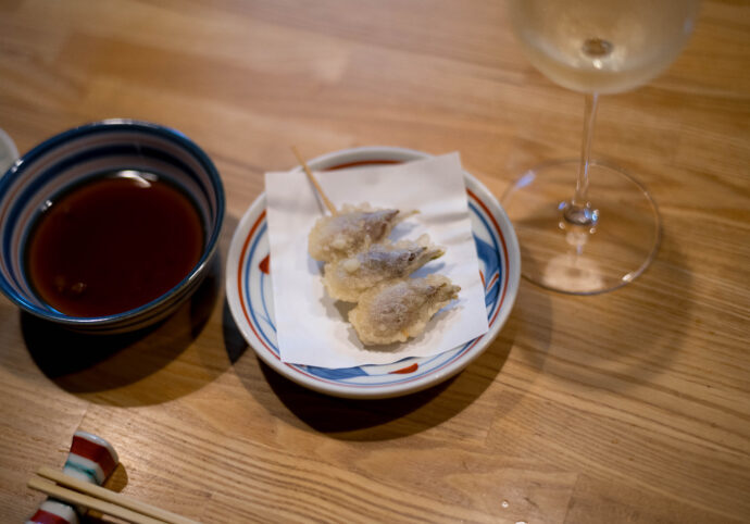 手打ちうどん かとう TEUCHIUDON KATOH テウチウドンカトウ うどん てんぷら おでん 地酒 ワイン 太閤通 愛知県名古屋市中村区太閤通3-26
（株）富屋酒店 かぶしきがいしゃ とみやさけてん カブシキガイシャ　トミヤサケテン TOMIYA SAKETEN 　愛知県名古屋市瑞穂区上坂町1-41-2　地酒屋　豊盃　HOUHAI ほうはい　ホーハイ　三浦酒造  MIURASHUZO日高見　ひたかみ　ヒタカミ HITAKAMI  平孝酒造　HIRAKOSHUZO 天の戸 アマノト　あまのと　AMANOTO　浅舞酒造ASAMAISHUZO　飛露喜 HIROKISHUZOHONTEN　廣木酒造本店　HIROK　大那 DAINA　ダイナ　だいな　菊の里酒造　KIKUNOSATOSHUZO　旭興　KYOKUKO　きょくこう　キョクコウ　渡邉酒造　WATANABESHUZO　仙禽 SENKIN　せんきん　センキン（株）せんきん SENKIN鶴齢　カクレイ　かくれい KAKUREI　青木酒造　AOKISHUZO謙信 ケンシン　けんしん KENSHIN池田屋酒造 IKEDAYASHUZO 白岳仙 HAKUGAKUSEN　ハクガクセン　はくがくせん　安本酒造 YASUMOTOSHUZO 群馬泉 グンマイズミ　ぐんまいずみ 島岡酒造 SHIMAOKASHUZO  喜久醉 きくよい キクヨイKIKUYOI 青島酒造 AOSHIMASHUZO 長珍 ちょうちん　チョウチン長珍酒造CHOCHINSHUZO　みねたからみりん　峯寳 味醂　一子相伝 ミネタカラ　いっしそうでん　イッシソウデン　小笠原味醂 OGASAWARA MIRIN

瀧自慢　たきじまん　タキジマン　瀧自慢酒造　TAKIZIMANSHUZO　田光　TABIKA 早川酒造  HAYAKAWASHUZO　作　ZAKU ざく ザク 清水清三郎商店 SHIMIZUSEIZABUROSHOTEN  篠峯　櫛羅　しのみね　シノミネ　くじら　クジラ　千代酒造　CHIYOSHUZO　雑賀　さいか　サイカ　九重雑賀  KOKONOESAIKA　紀土　鶴梅　無量山　きっど　キッド　KID 　ツルウメ　つるうめ　TURUUME　ムリョウザン　むりょうざん　MURYOZAN　平和酒造　HEIWASHUZO　蒼空　そうくう　ソウクウ　SÔKÛ　藤岡酒造　HUJIOKASHUZO 　宝剣　HOUKEN  宝剣酒造　ほうけんしゅぞう　ホウケンシュゾウ　HOKENSHUZO　清酒竹鶴　小笹屋竹鶴　せいしゅたけつる　セイシュタケツル　おささやたけつる　オササヤタケツル　竹鶴酒造　TAKETURUSHUZO
石鎚　いしづち　イシヅチ　石鎚酒造　ISHIDUCHISHUZO　土佐しらぎく　とさしらぎく　トサシラギク　仙頭酒造場　せんとうしゅぞうじょう　SENDOSHUZOZYO
　
 ブルゴーニュワイン　BOURGOGNE  ボルドーワイン　BORDEAUXカリフォルニアワイン CALIFORNIA  シャンパーニュ  SHAMPAGNEアルザスワイン ALSACE ドイツワイン WEIN GERMAN WINE 専門店　ライカM11　ズミルックス50　レンズ　代表　上田豊二　　きき酒師　焼酎アドバイザー　シャンパーニュシュヴァリエ　堀田駅より徒歩10分　熱田神宮駅より徒歩10分
市バス　牛巻より徒歩３分　地下鉄堀田駅より徒歩１５分　名古屋高速堀田出口より車で２分　牛巻交差点より徒歩５分　レトロ街並み　瓦屋根　裏道　大通りより二本入る　CLASSIC CARクラッシックカー CLASSIC BIKE　クラッシックバイク INTERIA　インテリア　　FASHION　ファッション　MUSIC　音楽　LOVE　SAKE SHOP　酒屋
センス　クリエイト　おたく　　MANIAマニア MOVIE　映画　CINEMA シネマ　2024年春オープン予定 いいねタウン瑞穂 iiNE マルシェ内　グランクレア瑞穂 いいねタウン瑞穂  愛知県名古屋市瑞穂区宝田町四丁目2番、3番2　春敲町三丁目23番1（地番） 魚太郎　UOTARO MIZUHO うおたろう　ウオタロウ　なごやみずほてん　ナゴヤミズホテン　 名古屋瑞穂店  車で1分　徒歩5分　丸明 瑞穂店  MARUAKI MIZUHO　マルアキ ミズホテン　まるあき みずほてん　 徒歩10分　車3分　焼肉 美奈登  ヤキニクミナト　やきにくみなと YAKINIKU MINATO 車で2分　徒歩10分  どての品川　DOTENO SHINAGAWA　ドテノシナガワ　どてのしながわ　車で30秒　徒歩1分昇福亭　SHOHUKUTEI しょうふくてい　ショウフクテイ 街中華　マニア　大盛り　個性派  車で5分　徒歩15分  名店 近くにたくさんあり　堀田バンザイ　牛巻バンザイ　名古屋のへそ


