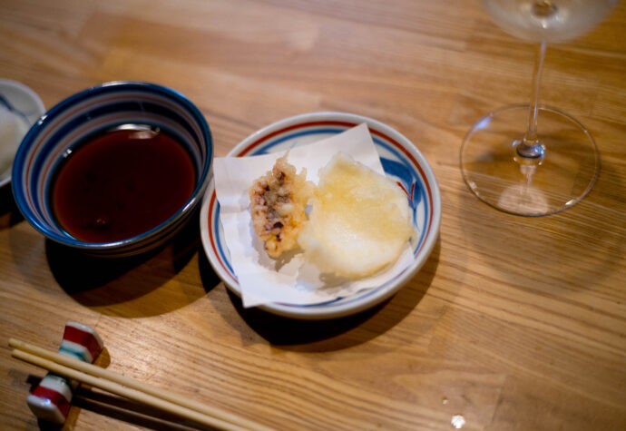 手打ちうどん かとう TEUCHIUDON KATOH テウチウドンカトウ うどん てんぷら おでん 地酒 ワイン 太閤通 愛知県名古屋市中村区太閤通3-26
（株）富屋酒店 かぶしきがいしゃ とみやさけてん カブシキガイシャ　トミヤサケテン TOMIYA SAKETEN 　愛知県名古屋市瑞穂区上坂町1-41-2　地酒屋　豊盃　HOUHAI ほうはい　ホーハイ　三浦酒造  MIURASHUZO日高見　ひたかみ　ヒタカミ HITAKAMI  平孝酒造　HIRAKOSHUZO 天の戸 アマノト　あまのと　AMANOTO　浅舞酒造ASAMAISHUZO　飛露喜 HIROKISHUZOHONTEN　廣木酒造本店　HIROK　大那 DAINA　ダイナ　だいな　菊の里酒造　KIKUNOSATOSHUZO　旭興　KYOKUKO　きょくこう　キョクコウ　渡邉酒造　WATANABESHUZO　仙禽 SENKIN　せんきん　センキン（株）せんきん SENKIN鶴齢　カクレイ　かくれい KAKUREI　青木酒造　AOKISHUZO謙信 ケンシン　けんしん KENSHIN池田屋酒造 IKEDAYASHUZO 白岳仙 HAKUGAKUSEN　ハクガクセン　はくがくせん　安本酒造 YASUMOTOSHUZO 群馬泉 グンマイズミ　ぐんまいずみ 島岡酒造 SHIMAOKASHUZO  喜久醉 きくよい キクヨイKIKUYOI 青島酒造 AOSHIMASHUZO 長珍 ちょうちん　チョウチン長珍酒造CHOCHINSHUZO　みねたからみりん　峯寳 味醂　一子相伝 ミネタカラ　いっしそうでん　イッシソウデン　小笠原味醂 OGASAWARA MIRIN

瀧自慢　たきじまん　タキジマン　瀧自慢酒造　TAKIZIMANSHUZO　田光　TABIKA 早川酒造  HAYAKAWASHUZO　作　ZAKU ざく ザク 清水清三郎商店 SHIMIZUSEIZABUROSHOTEN  篠峯　櫛羅　しのみね　シノミネ　くじら　クジラ　千代酒造　CHIYOSHUZO　雑賀　さいか　サイカ　九重雑賀  KOKONOESAIKA　紀土　鶴梅　無量山　きっど　キッド　KID 　ツルウメ　つるうめ　TURUUME　ムリョウザン　むりょうざん　MURYOZAN　平和酒造　HEIWASHUZO　蒼空　そうくう　ソウクウ　SÔKÛ　藤岡酒造　HUJIOKASHUZO 　宝剣　HOUKEN  宝剣酒造　ほうけんしゅぞう　ホウケンシュゾウ　HOKENSHUZO　清酒竹鶴　小笹屋竹鶴　せいしゅたけつる　セイシュタケツル　おささやたけつる　オササヤタケツル　竹鶴酒造　TAKETURUSHUZO
石鎚　いしづち　イシヅチ　石鎚酒造　ISHIDUCHISHUZO　土佐しらぎく　とさしらぎく　トサシラギク　仙頭酒造場　せんとうしゅぞうじょう　SENDOSHUZOZYO
　
 ブルゴーニュワイン　BOURGOGNE  ボルドーワイン　BORDEAUXカリフォルニアワイン CALIFORNIA  シャンパーニュ  SHAMPAGNEアルザスワイン ALSACE ドイツワイン WEIN GERMAN WINE 専門店　ライカM11　ズミルックス50　レンズ　代表　上田豊二　　きき酒師　焼酎アドバイザー　シャンパーニュシュヴァリエ　堀田駅より徒歩10分　熱田神宮駅より徒歩10分
市バス　牛巻より徒歩３分　地下鉄堀田駅より徒歩１５分　名古屋高速堀田出口より車で２分　牛巻交差点より徒歩５分　レトロ街並み　瓦屋根　裏道　大通りより二本入る　CLASSIC CARクラッシックカー CLASSIC BIKE　クラッシックバイク INTERIA　インテリア　　FASHION　ファッション　MUSIC　音楽　LOVE　SAKE SHOP　酒屋
センス　クリエイト　おたく　　MANIAマニア MOVIE　映画　CINEMA シネマ　2024年春オープン予定 いいねタウン瑞穂 iiNE マルシェ内　グランクレア瑞穂 いいねタウン瑞穂  愛知県名古屋市瑞穂区宝田町四丁目2番、3番2　春敲町三丁目23番1（地番） 魚太郎　UOTARO MIZUHO うおたろう　ウオタロウ　なごやみずほてん　ナゴヤミズホテン　 名古屋瑞穂店  車で1分　徒歩5分　丸明 瑞穂店  MARUAKI MIZUHO　マルアキ ミズホテン　まるあき みずほてん　 徒歩10分　車3分　焼肉 美奈登  ヤキニクミナト　やきにくみなと YAKINIKU MINATO 車で2分　徒歩10分  どての品川　DOTENO SHINAGAWA　ドテノシナガワ　どてのしながわ　車で30秒　徒歩1分昇福亭　SHOHUKUTEI しょうふくてい　ショウフクテイ 街中華　マニア　大盛り　個性派  車で5分　徒歩15分  名店 近くにたくさんあり　堀田バンザイ　牛巻バンザイ　名古屋のへそ


