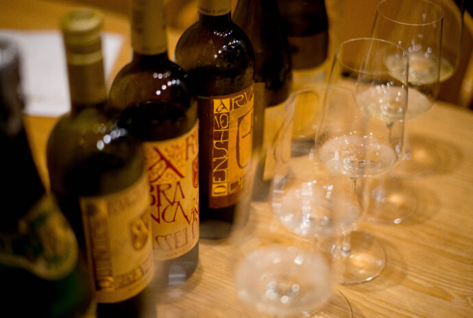 最高品質の甲州を世界へ　ワイン　それは人と自然の関わりによる表現である
　　　　KATUNUMA BREWERY　KATUNUMA WINERY山梨県笛吹市一宮町塩田1720　SUSHI　TENPURA　人々に感動を与えるワイナリーの創造
　　　　特約流通　東海地区唯一　名古屋正規特約店　　希少　レア　　てんぷら
特約流通のみ販売　出汁　和食　マリアージュ　高級和食　鮨　寿司　天麩羅
ARUGA BRANCA  ISEHARA（アルガブランカ）BARREL SERECTION　T5   2021（バレル・セレクション T5   2021ヴィンテージ ）ARUGA BRANCA  ISEHARA（アルガブランカ　イセハラ）MUGNUM　SISE　1500ｍｌ  2020（マグナムサイズ　1500ｍｌ  2020ヴィンテージ ）ARUGA BRANCA  ISEHARA（アルガブランカ　イセハラ）2016（2016  ヴィンテージ ）ARUGA BRANCA  ISEHARA（アルガブランカ　イセハラ）2018（2018  ヴィンテージ ）ARUGA BRANCA  ISEHARA（アルガブランカ　イセハラ）2019（2019  ヴィンテージ ）
　　　アルガブランカ　クラレーザ　ARUGABRANCA CLAREZA SURLIE　
シュールリー　アルガブランカ　　ヴィニャル　イセハラ　ARUGABRANCA
　ＶＩＮＨＡＬ　　ISＳEHARA　BARREL SERECTION　バレル　セレクション　
全国5軒　酒販店　専門店　のみ　甲州　100％　テロワール　
甲州のグランクリュ　
　取り扱い　絶対的信頼関係　名古屋　トップ特約店　唯一無二　愛知
　樽一本部のみの作品　30本　割り当て　ＡＲＵＧＡＢＲＡＮＣＡ　ＰＩＰＰＡ　アルガブランカ　ピッパ　樽醸造後6ヶ月　樽熟成2年　勝沼トンネルカーヴ
ＡＲＵＧＡＢＲＡＮＣＡ　ＢＲＩＬＲＡＮＴＥ　アルガブランカ
　ブリリャンテ　ＡＲＵＧＡＢＲＡＮＣＡ　ＤＯＣＥ　アルガブランカ　ドース　
冷凍果汁　
ＡＲＵＧＡ ＲＥＴＩＲＯ ＣＡＴＡＶＥＮＴＯ　アルガ　レティーロ　カタペント
ＡＲＵＧＡ　ＡＬＣＡＣＥＲ　641　アルガ　アルカサール　マスカットベリーＡ
自社畑　ファースト　セカンド　
2018年　ＩＷＣ　2018　アルガブランカ　イセハラ2016　銀賞受賞　アルガブランカ　ピッパ2015　銀賞受賞　アルガブランカクラレーザ2016　銀賞受賞
2012年　日本で飲もう最高のワイン　アルガブランカイセハラ2011　国産ベストワイン　ワイナリーツアー　富屋勝沼ワイナリーツアー　毎年　開催　15年以上　日本で唯一　レストラン風　ＫＡＺＥ　勝沼醸造直営飲食店　
甲州は1300年以上の歴史を持つ日本固有のぶどう品種。　私たちの夢は、
この甲州ぶどうを用いたワインで世界中の人々を感動させることです。
原料となるぶどうの品種にこだわり、自らの手で栽培。ぶどうを絞る際にも、
ゆっくりと、ストレスをかけずに本来の個性の味わいを抽出していいきます。
すべてにおいて納得のいくワインづくり。そこから、最高の自信が生まれます。
　アルガーノ　ヌーヴォー　11月3日解禁　山梨ヌーヴォー　アルガブランカ
　　　　シリーズ　甲州　マスカットベリーA　コウシュウ　KOUSHU　日本を代表
　　　　する　酒造好適葡萄　品種　透明感　クリア　飲みやすさ　ライト　ミディアム
　　　　勝沼醸造　株式会社　かつぬまじょうぞう　カツヌマジョウゾウ　スシ　　
テンプラ　ADEGA VINICOLA D ARVGA　　たとえ一樽でも最高のものを。
代表取締役　有賀雄二　あるがゆうじ　アルガユウジ　ARUGA　YUZI
最高品質の甲州を世界へ　ワイン　それは人と自然の関わりによる表現である
　　　　KATUNUMA BREWERY　KATUNUMA WINERY山梨県笛吹市一宮町塩田1720　SUSHI　TENPURA　人々に感動を与えるワイナリーの創造
　　　　特約流通　東海地区唯一　名古屋正規特約店　　希少　レア　　てんぷら
特約流通のみ販売　出汁　和食　マリアージュ　高級和食　鮨　寿司　天麩羅
株式会社　富屋酒店　TOMIYA　SAKETEN　NAGOYA　トミヤサケン
とみやさけてん　代表取締役　上田豊二　おたく　マニア　高級飲食店専門取引
　　　　愛知県名古屋市瑞穂区上坂町1-41-2　特約店　特約流通　地酒　ワイン　専門店
　　　　クラッシックカー　クラッシックバイク　インテリア　センス　ファッション　
　　　　音楽　ミュージック　アート　80Ｓ　マニア　おたく　ARUGA BRANCA  ISEHARA（アルガブランカ　イセハラ）BARREL SERECTION　T5   2021（バレル・セレクション T5   2021ヴィンテージ ）ARUGA BRANCA  ISEHARA（アルガブランカ　イセハラ）2016（2016  ヴィンテージ ）
KATUNUMAWINERY  BANSHODEN（勝沼醸造　  番匠田葡萄園） CHARDONNEY　2002（シャルドネ　2002ヴィンテージ）甲州で挑む洗練された味わいのオ新たなレンジワインを。「アルガブランカ　ARUGABRANCA　＜デンショウ　DENSHO＞　2022」
TOY’S FACTORY  ADITAS   M’R CHILDREN  ミスター チルドレン 勝沼醸造 コラボ　ナチュールワイン 甲州  醸造家 渡邊  にごり 発泡  超絶 飲みやすい 美しい DJ  自然派  独自流通  初の試み  白ワイン 赤ワイン　トイズファクトリー　代表 　といずふぁくとりー　　なちゅうーる　ナチュールワイン　業界に一石を投じる　KOUSHU NATURE 古欧州ナチュールワイン
（株）富屋酒店 かぶしきがいしゃ とみやさけてん カブシキガイシャ　トミヤサケテン TOMIYA SAKETEN 　愛知県名古屋市瑞穂区上坂町1-41-2　地酒屋　豊盃　HOUHAI ほうはい　ホーハイ　三浦酒造  MIURASHUZO日高見　ひたかみ　ヒタカミ HITAKAMI  平孝酒造　HIRAKOSHUZO 天の戸 アマノト　あまのと　AMANOTO　浅舞酒造 ASAMAISHUZO　飛露喜 HIROKISHUZOHONTEN　廣木酒造本店　HIROK　大那 DAINA　ダイナ　だいな　菊の里酒造　KIKUNOSATOSHUZO　旭興　KYOKUKO　きょくこう　キョクコウ　渡邉酒造　WATANABESHUZO　仙禽 SENKIN　せんきん　センキン（株）せんきん SENKIN鶴齢　カクレイ　かくれい KAKUREI　青木酒造　AOKISHUZO謙信 ケンシン　けんしん KENSHIN池田屋酒造 IKEDAYASHUZO 白岳仙 HAKUGAKUSEN　ハクガクセン　はくがくせん　安本酒造 YASUMOTOSHUZO 群馬泉 グンマイズミ　ぐんまいずみ 島岡酒造 SHIMAOKASHUZO  喜久醉 きくよい キクヨイKIKUYOI 青島酒造 AOSHIMASHUZO 長珍 ちょうちん　チョウチン長珍酒造CHOCHINSHUZO　みねたからみりん　峯寳 味醂　一子相伝 ミネタカラ　いっしそうでん　イッシソウデン　小笠原味醂 OGASAWARA MIRIN

瀧自慢　たきじまん　タキジマン　瀧自慢酒造　TAKIZIMANSHUZO　田光　TABIKA 早川酒造  HAYAKAWASHUZO　作　ZAKU ざく ザク 清水清三郎商店 SHIMIZUSEIZABUROSHOTEN  篠峯　櫛羅　しのみね　シノミネ　くじら　クジラ　千代酒造　CHIYOSHUZO　雑賀　さいか　サイカ　九重雑賀  KOKONOESAIKA　紀土　鶴梅　無量山　きっど　キッド　KID 　ツルウメ　つるうめ　TURUUME　ムリョウザン　むりょうざん　MURYOZAN　平和酒造　HEIWASHUZO　蒼空　そうくう　ソウクウ　SÔKÛ　藤岡酒造　HUJIOKASHUZO 　宝剣　HOUKEN  宝剣酒造　ほうけんしゅぞう　ホウケンシュゾウ　HOKENSHUZO　清酒竹鶴　小笹屋竹鶴　せいしゅたけつる　セイシュタケツル　おささやたけつる　オササヤタケツル　竹鶴酒造　TAKETURUSHUZO
石鎚　いしづち　イシヅチ　石鎚酒造　ISHIDUCHISHUZO　土佐しらぎく　とさしらぎく　トサシラギク　仙頭酒造場　せんとうしゅぞうじょう　SENDOSHUZOZYO　アルガブランカ　ARUGABURANKA勝沼醸造　KATUNUMAJÔZÔ　ドメーヌソガ　ソガ・ペール・エ・フィス SOGA PELE ET FIS　オブセワイナリー　OBUSEWINERY　ドメーヌタカヒコ　DOMAINE TAKAHIKO　クリサワブラン　KURISAWA BLANC　ナカザワワイナリー　NAKAZAWA WINERY　さつま寿　SATUMA KOTOBUKI 　尾込商店 OGOME SHOTEN  蔵の師魂 KURANOSHIKON  小正醸造　KOMASA ＪÔＺÔ　天狗櫻 TENGUSAKURA  白石酒蔵　SHIRAISHISHUZO  しま千両 SHIMASENRYO　高崎酒蔵  TAKASAKISHUZO  杜氏潤平　TOJIJUNPEI  小玉醸造  KODAMAJOZO  赤鹿毛　青鹿毛  AKAKAGE   AOKAGE　柳田酒蔵  YANAGIDASHUZO　舞香　MAIKA　泰明　TAIMEI　藤居醸造　HUZIIJÔＺÔ　池の露　特酎天草　IKENOTUYU  TOKUCHU  AMAKUSA　壱乃醸　飛乃流　朝日　ICHINOJO  HINORYU　ASAHI　朝日酒造　ASAHISHUZO　龍宮　RYUGU 富田酒造場　TOMITASHUZOJO　鳥飼 TORIKAI　鳥飼酒造　TORIKAISHUZO　極楽 GOIKURAKU　林酒造場 HAYASHISHUZOJO　屋久の島大自然林　酔麦香　YAKUNOSHIMA DAISHIZENRIN SUIBASKUKA　本坊酒造　HONBOSHUZO
金峰　金峰荒蘆過  KINPO　KINPOARAROKA　宇都酒造　UTOSHUZO　北谷長老　CHYATANCHÔＲÔ　北谷酒造　CHYATANSHUZO　山原くいな　YAMBARUKUINA　やんばる酒造　YAMBARUSHUZO　2024年春オープン予定 いいねタウン瑞穂 iiNE マルシェ内　グランクレア瑞穂 いいねタウン瑞穂  愛知県名古屋市瑞穂区宝田町四丁目2番、3番2　春敲町三丁目23番1（地番） 魚太郎　UOTARO MIZUHO うおたろう　ウオタロウ　なごやみずほてん　ナゴヤミズホテン　 名古屋瑞穂店  車で1分　徒歩5分　丸明 瑞穂店  MARUAKI MIZUHO　マルアキ ミズホテン　まるあき みずほてん　 徒歩10分　車3分　焼肉 美奈登  ヤキニクミナト　やきにくみなと YAKINIKU MINATO 車で2分　徒歩10分  どての品川　DOTENO SHINAGAWA　ドテノシナガワ　どてのしながわ　車で30秒　徒歩1分昇福亭　SHOHUKUTEI しょうふくてい　ショウフクテイ 街中華　マニア　大盛り　個性派  車で5分　徒歩15分  名店 近くにたくさんあり　堀田バンザイ　牛巻バンザイ　名古屋のへそ
「ARUGA TINTO ALCACER（アルガ ティント アルカサール）UNFILTERED（無濾過）2022（2022 ヴィンテージ）」









