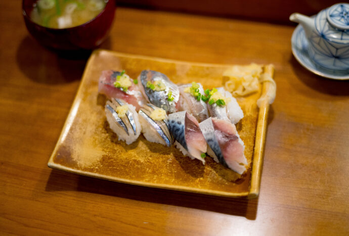 菊岡寿司 きくおかすし キクオカスシ KIKUOKASUSHI 東京都中央区日本橋茅場町3-6-9 
光ものずくし(1人前)ゲキウマ
(株)富屋酒店 かぶしきがいしゃ とみやさけてん カブシキガイシャ トミヤサケテン TOMIYA SAKETEN  愛知県名古屋市瑞穂区上坂町1-41-2 地酒屋 豊盃 HOUHAI ほうはい ホーハイ 三浦酒造  MIURASHUZO日高見 ひたかみ ヒタカミ HITAKAMI  平孝酒造 HIRAKOSHUZO 天の戸 アマノト あまのと AMANOTO 浅舞酒造ASAMAISHUZO 飛露喜 HIROKISHUZOHONTEN 廣木酒造本店 HIROK 大那 DAINA ダイナ だいな 菊の里酒造 KIKUNOSATOSHUZO 旭興 KYOKUKO きょくこう キョクコウ 渡邉酒造 WATANABESHUZO 仙禽 SENKIN せんきん センキン(株)せんきん SENKIN鶴齢 カクレイ かくれい KAKUREI 青木酒造 AOKISHUZO謙信 ケンシン けんしん KENSHIN池田屋酒造 IKEDAYASHUZO 白岳仙 HAKUGAKUSEN ハクガクセン はくがくせん 安本酒造 YASUMOTOSHUZO 群馬泉 グンマイズミ ぐんまいずみ 島岡酒造 SHIMAOKASHUZO  喜久醉 きくよい キクヨイKIKUYOI 青島酒造 AOSHIMASHUZO 長珍 ちょうちん チョウチン長珍酒造CHOCHINSHUZO みねたからみりん 峯寳 味醂 一子相伝 ミネタカラ いっしそうでん イッシソウデン 小笠原味醂 OGASAWARA MIRIN
瀧自慢 たきじまん タキジマン 瀧自慢酒造 TAKIZIMANSHUZO 田光 TABIKA 早川酒造  HAYAKAWASHUZO 作 ZAKU ざく ザク 清水清三郎商店 SHIMIZUSEIZABUROSHOTEN  篠峯 櫛羅 しのみね シノミネ くじら クジラ 千代酒造 CHIYOSHUZO 雑賀 さいか サイカ 九重雑賀  KOKONOESAIKA 紀土 鶴梅 無量山 きっど キッド KID  ツルウメ つるうめ TURUUME ムリョウザン むりょうざん MURYOZAN 平和酒造 HEIWASHUZO 蒼空 そうくう ソウクウ SÔKÛ 藤岡酒造 HUJIOKASHUZO  宝剣 HOUKEN  宝剣酒造 ほうけんしゅぞう ホウケンシュゾウ HOKENSHUZO 清酒竹鶴 小笹屋竹鶴 せいしゅたけつる セイシュタケツル おささやたけつる オササヤタケツル 竹鶴酒造 TAKETURUSHUZO
石鎚 いしづち イシヅチ 石鎚酒造 ISHIDUCHISHUZO 土佐しらぎく とさしらぎく トサシラギク 仙頭酒造場 せんとうしゅぞうじょう SENDOSHUZOZYO
 
 ブルゴーニュワイン BOURGOGNE  ボルドーワイン BORDEAUXカリフォルニアワイン CALIFORNIA  シャンパーニュ  SHAMPAGNEアルザスワイン ALSACE ドイツワイン WEIN GERMAN WINE 専門店 ライカM11 ズミルックス50 レンズ 代表 上田豊二  きき酒師 焼酎アドバイザー シャンパーニュシュヴァリエ 堀田駅より徒歩10分 熱田神宮駅より徒歩10分
市バス 牛巻より徒歩3分 地下鉄堀田駅より徒歩15分 名古屋高速堀田出口より車で2分 牛巻交差点より徒歩5分 レトロ街並み 瓦屋根 裏道 大通りより二本入る CLASSIC CARクラッシックカー CLASSIC BIKE クラッシックバイク INTERIA インテリア  FASHION ファッション MUSIC 音楽 LOVE SAKE SHOP 酒屋
センス クリエイト おたく  MANIAマニア MOVIE 映画 CINEMA シネマ 2024年春オープン予定 いいねタウン瑞穂 iiNE マルシェ内 グランクレア瑞穂 いいねタウン瑞穂  愛知県名古屋市瑞穂区宝田町四丁目2番、3番2 春敲町三丁目23番1(地番) 魚太郎 UOTARO MIZUHO うおたろう ウオタロウ なごやみずほてん ナゴヤミズホテン  名古屋瑞穂店  車で1分 徒歩5分 丸明 瑞穂店  MARUAKI MIZUHO マルアキ ミズホテン まるあき みずほてん  徒歩10分 車3分 焼肉 美奈登  ヤキニクミナト やきにくみなと YAKINIKU MINATO 車で2分 徒歩10分  どての品川 DOTENO SHINAGAWA ドテノシナガワ どてのしながわ 車で30秒 徒歩1分昇福亭 SHOHUKUTEI しょうふくてい ショウフクテイ 街中華 マニア 大盛り 個性派  車で5分 徒歩15分  名店 近くにたくさんあり 堀田バンザイ 牛巻バンザイ 名古屋のへそ