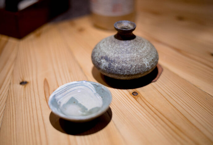 日本酒と旬彩 那古野 けのひ NIHONSHU TO SHUNSAI NAGONO KENOHI にほんしゅとしゅんさい なごの けのひ ニホンシュトシュンサイ ナゴノ ケノヒ 愛知県名古屋市西区那古野1-17-17  
（株）富屋酒店 かぶしきがいしゃ とみやさけてん カブシキガイシャ　トミヤサケテン TOMIYA SAKETEN 　愛知県名古屋市瑞穂区上坂町1-41-2　地酒屋　豊盃　HOUHAI ほうはい　ホーハイ　三浦酒造  MIURASHUZO日高見　ひたかみ　ヒタカミ HITAKAMI  平孝酒造　HIRAKOSHUZO 天の戸 アマノト　あまのと　AMANOTO　浅舞酒造ASAMAISHUZO　飛露喜 HIROKISHUZOHONTEN　廣木酒造本店　HIROK　大那 DAINA　ダイナ　だいな　菊の里酒造　KIKUNOSATOSHUZO　旭興　KYOKUKO　きょくこう　キョクコウ　渡邉酒造　WATANABESHUZO　仙禽 SENKIN　せんきん　センキン（株）せんきん SENKIN鶴齢　カクレイ　かくれい KAKUREI　青木酒造　AOKISHUZO謙信 ケンシン　けんしん KENSHIN池田屋酒造 IKEDAYASHUZO 白岳仙 HAKUGAKUSEN　ハクガクセン　はくがくせん　安本酒造 YASUMOTOSHUZO 群馬泉 グンマイズミ　ぐんまいずみ 島岡酒造 SHIMAOKASHUZO  喜久醉 きくよい キクヨイKIKUYOI 青島酒造 AOSHIMASHUZO 長珍 ちょうちん　チョウチン長珍酒造CHOCHINSHUZO　みねたからみりん　峯寳 味醂　一子相伝 ミネタカラ　いっしそうでん　イッシソウデン　小笠原味醂 OGASAWARA MIRIN

瀧自慢　たきじまん　タキジマン　瀧自慢酒造　TAKIZIMANSHUZO　田光　TABIKA 早川酒造  HAYAKAWASHUZO　作　ZAKU ざく ザク 清水清三郎商店 SHIMIZUSEIZABUROSHOTEN  篠峯　櫛羅　しのみね　シノミネ　くじら　クジラ　千代酒造　CHIYOSHUZO　雑賀　さいか　サイカ　九重雑賀  KOKONOESAIKA　紀土　鶴梅　無量山　きっど　キッド　KID 　ツルウメ　つるうめ　TURUUME　ムリョウザン　むりょうざん　MURYOZAN　平和酒造　HEIWASHUZO　蒼空　そうくう　ソウクウ　SÔKÛ　藤岡酒造　HUJIOKASHUZO 　宝剣　HOUKEN  宝剣酒造　ほうけんしゅぞう　ホウケンシュゾウ　HOKENSHUZO　清酒竹鶴　小笹屋竹鶴　せいしゅたけつる　セイシュタケツル　おささやたけつる　オササヤタケツル　竹鶴酒造　TAKETURUSHUZO
石鎚　いしづち　イシヅチ　石鎚酒造　ISHIDUCHISHUZO　土佐しらぎく　とさしらぎく　トサシラギク　仙頭酒造場　せんとうしゅぞうじょう　SENDOSHUZOZYO
　
 ブルゴーニュワイン　BOURGOGNE  ボルドーワイン　BORDEAUXカリフォルニアワイン CALIFORNIA  シャンパーニュ  SHAMPAGNEアルザスワイン ALSACE ドイツワイン WEIN GERMAN WINE 専門店　ライカM11　ズミルックス50　レンズ　代表　上田豊二　　きき酒師　焼酎アドバイザー　シャンパーニュシュヴァリエ　堀田駅より徒歩10分　熱田神宮駅より徒歩10分
市バス　牛巻より徒歩３分　地下鉄堀田駅より徒歩１５分　名古屋高速堀田出口より車で２分　牛巻交差点より徒歩５分　レトロ街並み　瓦屋根　裏道　大通りより二本入る　CLASSIC CARクラッシックカー CLASSIC BIKE　クラッシックバイク INTERIA　インテリア　　FASHION　ファッション　MUSIC　音楽　LOVE　SAKE SHOP　酒屋
センス　クリエイト　おたく　　MANIAマニア MOVIE　映画　CINEMA シネマ　2024年春オープン予定 いいねタウン瑞穂 iiNE マルシェ内　グランクレア瑞穂 いいねタウン瑞穂  愛知県名古屋市瑞穂区宝田町四丁目2番、3番2　春敲町三丁目23番1（地番） 魚太郎　UOTARO MIZUHO うおたろう　ウオタロウ　なごやみずほてん　ナゴヤミズホテン　 名古屋瑞穂店  車で1分　徒歩5分　丸明 瑞穂店  MARUAKI MIZUHO　マルアキ ミズホテン　まるあき みずほてん　 徒歩10分　車3分　焼肉 美奈登  ヤキニクミナト　やきにくみなと YAKINIKU MINATO 車で2分　徒歩10分  どての品川　DOTENO SHINAGAWA　ドテノシナガワ　どてのしながわ　車で30秒　徒歩1分昇福亭　SHOHUKUTEI しょうふくてい　ショウフクテイ 街中華　マニア　大盛り　個性派  車で5分　徒歩15分  名店 近くにたくさんあり　堀田バンザイ　牛巻バンザイ　名古屋のへそ


