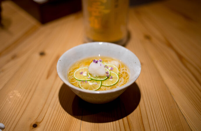 日本酒と旬彩 那古野 けのひ NIHONSHU TO SHUNSAI NAGONO KENOHI にほんしゅとしゅんさい なごの けのひ ニホンシュトシュンサイ ナゴノ ケノヒ 愛知県名古屋市西区那古野1-17-17  
（株）富屋酒店 かぶしきがいしゃ とみやさけてん カブシキガイシャ　トミヤサケテン TOMIYA SAKETEN 　愛知県名古屋市瑞穂区上坂町1-41-2　地酒屋　豊盃　HOUHAI ほうはい　ホーハイ　三浦酒造  MIURASHUZO日高見　ひたかみ　ヒタカミ HITAKAMI  平孝酒造　HIRAKOSHUZO 天の戸 アマノト　あまのと　AMANOTO　浅舞酒造ASAMAISHUZO　飛露喜 HIROKISHUZOHONTEN　廣木酒造本店　HIROK　大那 DAINA　ダイナ　だいな　菊の里酒造　KIKUNOSATOSHUZO　旭興　KYOKUKO　きょくこう　キョクコウ　渡邉酒造　WATANABESHUZO　仙禽 SENKIN　せんきん　センキン（株）せんきん SENKIN鶴齢　カクレイ　かくれい KAKUREI　青木酒造　AOKISHUZO謙信 ケンシン　けんしん KENSHIN池田屋酒造 IKEDAYASHUZO 白岳仙 HAKUGAKUSEN　ハクガクセン　はくがくせん　安本酒造 YASUMOTOSHUZO 群馬泉 グンマイズミ　ぐんまいずみ 島岡酒造 SHIMAOKASHUZO  喜久醉 きくよい キクヨイKIKUYOI 青島酒造 AOSHIMASHUZO 長珍 ちょうちん　チョウチン長珍酒造CHOCHINSHUZO　みねたからみりん　峯寳 味醂　一子相伝 ミネタカラ　いっしそうでん　イッシソウデン　小笠原味醂 OGASAWARA MIRIN

瀧自慢　たきじまん　タキジマン　瀧自慢酒造　TAKIZIMANSHUZO　田光　TABIKA 早川酒造  HAYAKAWASHUZO　作　ZAKU ざく ザク 清水清三郎商店 SHIMIZUSEIZABUROSHOTEN  篠峯　櫛羅　しのみね　シノミネ　くじら　クジラ　千代酒造　CHIYOSHUZO　雑賀　さいか　サイカ　九重雑賀  KOKONOESAIKA　紀土　鶴梅　無量山　きっど　キッド　KID 　ツルウメ　つるうめ　TURUUME　ムリョウザン　むりょうざん　MURYOZAN　平和酒造　HEIWASHUZO　蒼空　そうくう　ソウクウ　SÔKÛ　藤岡酒造　HUJIOKASHUZO 　宝剣　HOUKEN  宝剣酒造　ほうけんしゅぞう　ホウケンシュゾウ　HOKENSHUZO　清酒竹鶴　小笹屋竹鶴　せいしゅたけつる　セイシュタケツル　おささやたけつる　オササヤタケツル　竹鶴酒造　TAKETURUSHUZO
石鎚　いしづち　イシヅチ　石鎚酒造　ISHIDUCHISHUZO　土佐しらぎく　とさしらぎく　トサシラギク　仙頭酒造場　せんとうしゅぞうじょう　SENDOSHUZOZYO
　
 ブルゴーニュワイン　BOURGOGNE  ボルドーワイン　BORDEAUXカリフォルニアワイン CALIFORNIA  シャンパーニュ  SHAMPAGNEアルザスワイン ALSACE ドイツワイン WEIN GERMAN WINE 専門店　ライカM11　ズミルックス50　レンズ　代表　上田豊二　　きき酒師　焼酎アドバイザー　シャンパーニュシュヴァリエ　堀田駅より徒歩10分　熱田神宮駅より徒歩10分
市バス　牛巻より徒歩３分　地下鉄堀田駅より徒歩１５分　名古屋高速堀田出口より車で２分　牛巻交差点より徒歩５分　レトロ街並み　瓦屋根　裏道　大通りより二本入る　CLASSIC CARクラッシックカー CLASSIC BIKE　クラッシックバイク INTERIA　インテリア　　FASHION　ファッション　MUSIC　音楽　LOVE　SAKE SHOP　酒屋
センス　クリエイト　おたく　　MANIAマニア MOVIE　映画　CINEMA シネマ　2024年春オープン予定 いいねタウン瑞穂 iiNE マルシェ内　グランクレア瑞穂 いいねタウン瑞穂  愛知県名古屋市瑞穂区宝田町四丁目2番、3番2　春敲町三丁目23番1（地番） 魚太郎　UOTARO MIZUHO うおたろう　ウオタロウ　なごやみずほてん　ナゴヤミズホテン　 名古屋瑞穂店  車で1分　徒歩5分　丸明 瑞穂店  MARUAKI MIZUHO　マルアキ ミズホテン　まるあき みずほてん　 徒歩10分　車3分　焼肉 美奈登  ヤキニクミナト　やきにくみなと YAKINIKU MINATO 車で2分　徒歩10分  どての品川　DOTENO SHINAGAWA　ドテノシナガワ　どてのしながわ　車で30秒　徒歩1分昇福亭　SHOHUKUTEI しょうふくてい　ショウフクテイ 街中華　マニア　大盛り　個性派  車で5分　徒歩15分  名店 近くにたくさんあり　堀田バンザイ　牛巻バンザイ　名古屋のへそ


