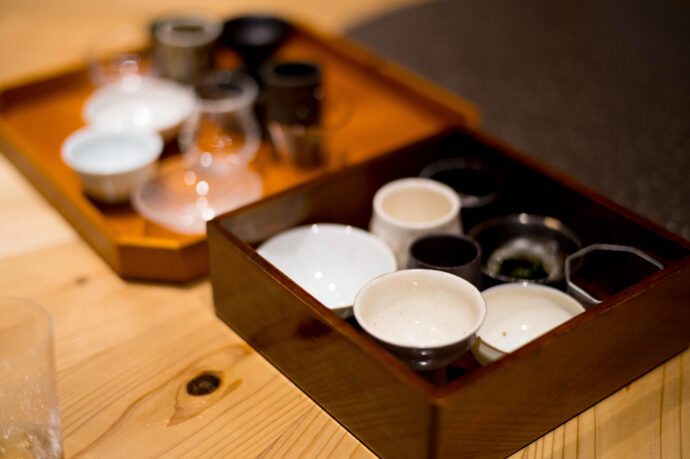 日本酒と旬彩 那古野 けのひ NIHONSHU TO SHUNSAI NAGONO KENOHI にほんしゅとしゅんさい なごの けのひ ニホンシュトシュンサイ ナゴノ ケノヒ 愛知県名古屋市西区那古野1-17-17  
（株）富屋酒店 かぶしきがいしゃ とみやさけてん カブシキガイシャ　トミヤサケテン TOMIYA SAKETEN 　愛知県名古屋市瑞穂区上坂町1-41-2　地酒屋　豊盃　HOUHAI ほうはい　ホーハイ　三浦酒造  MIURASHUZO日高見　ひたかみ　ヒタカミ HITAKAMI  平孝酒造　HIRAKOSHUZO 天の戸 アマノト　あまのと　AMANOTO　浅舞酒造ASAMAISHUZO　飛露喜 HIROKISHUZOHONTEN　廣木酒造本店　HIROK　大那 DAINA　ダイナ　だいな　菊の里酒造　KIKUNOSATOSHUZO　旭興　KYOKUKO　きょくこう　キョクコウ　渡邉酒造　WATANABESHUZO　仙禽 SENKIN　せんきん　センキン（株）せんきん SENKIN鶴齢　カクレイ　かくれい KAKUREI　青木酒造　AOKISHUZO謙信 ケンシン　けんしん KENSHIN池田屋酒造 IKEDAYASHUZO 白岳仙 HAKUGAKUSEN　ハクガクセン　はくがくせん　安本酒造 YASUMOTOSHUZO 群馬泉 グンマイズミ　ぐんまいずみ 島岡酒造 SHIMAOKASHUZO  喜久醉 きくよい キクヨイKIKUYOI 青島酒造 AOSHIMASHUZO 長珍 ちょうちん　チョウチン長珍酒造CHOCHINSHUZO　みねたからみりん　峯寳 味醂　一子相伝 ミネタカラ　いっしそうでん　イッシソウデン　小笠原味醂 OGASAWARA MIRIN

瀧自慢　たきじまん　タキジマン　瀧自慢酒造　TAKIZIMANSHUZO　田光　TABIKA 早川酒造  HAYAKAWASHUZO　作　ZAKU ざく ザク 清水清三郎商店 SHIMIZUSEIZABUROSHOTEN  篠峯　櫛羅　しのみね　シノミネ　くじら　クジラ　千代酒造　CHIYOSHUZO　雑賀　さいか　サイカ　九重雑賀  KOKONOESAIKA　紀土　鶴梅　無量山　きっど　キッド　KID 　ツルウメ　つるうめ　TURUUME　ムリョウザン　むりょうざん　MURYOZAN　平和酒造　HEIWASHUZO　蒼空　そうくう　ソウクウ　SÔKÛ　藤岡酒造　HUJIOKASHUZO 　宝剣　HOUKEN  宝剣酒造　ほうけんしゅぞう　ホウケンシュゾウ　HOKENSHUZO　清酒竹鶴　小笹屋竹鶴　せいしゅたけつる　セイシュタケツル　おささやたけつる　オササヤタケツル　竹鶴酒造　TAKETURUSHUZO
石鎚　いしづち　イシヅチ　石鎚酒造　ISHIDUCHISHUZO　土佐しらぎく　とさしらぎく　トサシラギク　仙頭酒造場　せんとうしゅぞうじょう　SENDOSHUZOZYO
　
 ブルゴーニュワイン　BOURGOGNE  ボルドーワイン　BORDEAUXカリフォルニアワイン CALIFORNIA  シャンパーニュ  SHAMPAGNEアルザスワイン ALSACE ドイツワイン WEIN GERMAN WINE 専門店　ライカM11　ズミルックス50　レンズ　代表　上田豊二　　きき酒師　焼酎アドバイザー　シャンパーニュシュヴァリエ　堀田駅より徒歩10分　熱田神宮駅より徒歩10分
市バス　牛巻より徒歩３分　地下鉄堀田駅より徒歩１５分　名古屋高速堀田出口より車で２分　牛巻交差点より徒歩５分　レトロ街並み　瓦屋根　裏道　大通りより二本入る　CLASSIC CARクラッシックカー CLASSIC BIKE　クラッシックバイク INTERIA　インテリア　　FASHION　ファッション　MUSIC　音楽　LOVE　SAKE SHOP　酒屋
センス　クリエイト　おたく　　MANIAマニア MOVIE　映画　CINEMA シネマ　2024年春オープン予定 いいねタウン瑞穂 iiNE マルシェ内　グランクレア瑞穂 いいねタウン瑞穂  愛知県名古屋市瑞穂区宝田町四丁目2番、3番2　春敲町三丁目23番1（地番） 魚太郎　UOTARO MIZUHO うおたろう　ウオタロウ　なごやみずほてん　ナゴヤミズホテン　 名古屋瑞穂店  車で1分　徒歩5分　丸明 瑞穂店  MARUAKI MIZUHO　マルアキ ミズホテン　まるあき みずほてん　 徒歩10分　車3分　焼肉 美奈登  ヤキニクミナト　やきにくみなと YAKINIKU MINATO 車で2分　徒歩10分  どての品川　DOTENO SHINAGAWA　ドテノシナガワ　どてのしながわ　車で30秒　徒歩1分昇福亭　SHOHUKUTEI しょうふくてい　ショウフクテイ 街中華　マニア　大盛り　個性派  車で5分　徒歩15分  名店 近くにたくさんあり　堀田バンザイ　牛巻バンザイ　名古屋のへそ


