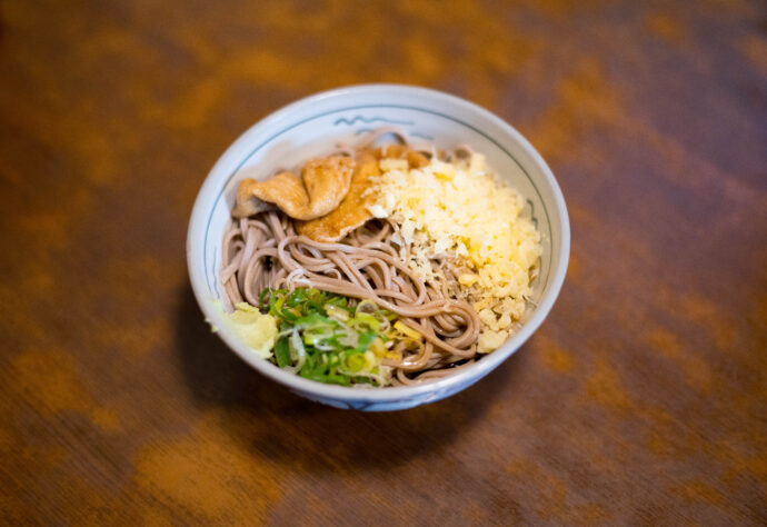 更科 さらしな サラシナ SARASHINA 蕎麦 そば ソバ SOBA 老舗 名店 名鉄岐阜  岐阜県岐阜市京町3-4 冷やしたぬき蕎麦 並 にこみうどん  （株）富屋酒店 かぶしきがいしゃ とみやさけてん カブシキガイシャ　トミヤサケテン TOMIYA SAKETEN 　愛知県名古屋市瑞穂区上坂町1-41-2　地酒屋　豊盃　HOUHAI ほうはい　ホーハイ　三浦酒造  MIURASHUZO日高見　ひたかみ　ヒタカミ HITAKAMI  平孝酒造　HIRAKOSHUZO 天の戸 アマノト　あまのと　AMANOTO　浅舞酒造ASAMAISHUZO　飛露喜 HIROKISHUZOHONTEN　廣木酒造本店　HIROK　大那 DAINA　ダイナ　だいな　菊の里酒造　KIKUNOSATOSHUZO　旭興　KYOKUKO　きょくこう　キョクコウ　渡邉酒造　WATANABESHUZO　仙禽 SENKIN　せんきん　センキン（株）せんきん SENKIN鶴齢　カクレイ　かくれい KAKUREI　青木酒造　AOKISHUZO謙信 ケンシン　けんしん KENSHIN池田屋酒造 IKEDAYASHUZO 白岳仙 HAKUGAKUSEN　ハクガクセン　はくがくせん　安本酒造 YASUMOTOSHUZO 群馬泉 グンマイズミ　ぐんまいずみ 島岡酒造 SHIMAOKASHUZO  喜久醉 きくよい キクヨイKIKUYOI 青島酒造 AOSHIMASHUZO 長珍 ちょうちん　チョウチン長珍酒造CHOCHINSHUZO　みねたからみりん　峯寳 味醂　一子相伝 ミネタカラ　いっしそうでん　イッシソウデン　小笠原味醂 OGASAWARA MIRIN

瀧自慢　たきじまん　タキジマン　瀧自慢酒造　TAKIZIMANSHUZO　田光　TABIKA 早川酒造  HAYAKAWASHUZO　作　ZAKU ざく ザク 清水清三郎商店 SHIMIZUSEIZABUROSHOTEN  篠峯　櫛羅　しのみね　シノミネ　くじら　クジラ　千代酒造　CHIYOSHUZO　雑賀　さいか　サイカ　九重雑賀  KOKONOESAIKA　紀土　鶴梅　無量山　きっど　キッド　KID 　ツルウメ　つるうめ　TURUUME　ムリョウザン　むりょうざん　MURYOZAN　平和酒造　HEIWASHUZO　蒼空　そうくう　ソウクウ　SÔKÛ　藤岡酒造　HUJIOKASHUZO 　宝剣　HOUKEN  宝剣酒造　ほうけんしゅぞう　ホウケンシュゾウ　HOKENSHUZO　清酒竹鶴　小笹屋竹鶴　せいしゅたけつる　セイシュタケツル　おささやたけつる　オササヤタケツル　竹鶴酒造　TAKETURUSHUZO
石鎚　いしづち　イシヅチ　石鎚酒造　ISHIDUCHISHUZO　土佐しらぎく　とさしらぎく　トサシラギク　仙頭酒造場　せんとうしゅぞうじょう　SENDOSHUZOZYO
　
 ブルゴーニュワイン　BOURGOGNE  ボルドーワイン　BORDEAUXカリフォルニアワイン CALIFORNIA  シャンパーニュ  SHAMPAGNEアルザスワイン ALSACE ドイツワイン WEIN GERMAN WINE 専門店　ライカM11　ズミルックス50　レンズ　代表　上田豊二　　きき酒師　焼酎アドバイザー　シャンパーニュシュヴァリエ　堀田駅より徒歩10分　熱田神宮駅より徒歩10分
市バス　牛巻より徒歩３分　地下鉄堀田駅より徒歩１５分　名古屋高速堀田出口より車で２分　牛巻交差点より徒歩５分　レトロ街並み　瓦屋根　裏道　大通りより二本入る　CLASSIC CARクラッシックカー CLASSIC BIKE　クラッシックバイク INTERIA　インテリア　　FASHION　ファッション　MUSIC　音楽　LOVE　SAKE SHOP　酒屋
センス　クリエイト　おたく　　MANIAマニア MOVIE　映画　CINEMA シネマ　2024年春オープン予定 いいねタウン瑞穂 iiNE マルシェ内　グランクレア瑞穂 いいねタウン瑞穂  愛知県名古屋市瑞穂区宝田町四丁目2番、3番2　春敲町三丁目23番1（地番） 魚太郎　UOTARO MIZUHO うおたろう　ウオタロウ　なごやみずほてん　ナゴヤミズホテン　 名古屋瑞穂店  車で1分　徒歩5分　丸明 瑞穂店  MARUAKI MIZUHO　マルアキ ミズホテン　まるあき みずほてん　 徒歩10分　車3分　焼肉 美奈登  ヤキニクミナト　やきにくみなと YAKINIKU MINATO 車で2分　徒歩10分  どての品川　DOTENO SHINAGAWA　ドテノシナガワ　どてのしながわ　車で30秒　徒歩1分昇福亭　SHOHUKUTEI しょうふくてい　ショウフクテイ 街中華　マニア　大盛り　個性派  車で5分　徒歩15分  名店 近くにたくさんあり　堀田バンザイ　牛巻バンザイ　名古屋のへそ
